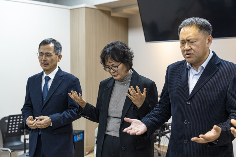 YTo1ODp7czo4OiJGaWxlTmFtZSI7czo0MDoiN2ZiNTEwODctNWUxNi00YmU1LWJlOTMtZjA2ZGE0NDViNWJhLmpwZyI7czoxMjoiRmlsZURhdGVUaW1lIjtpOjE3NjM0NTE2OTY7czo4OiJGaWxlU2l6ZSI7aToxMjkxMjAwO3M6ODoiRmlsZVR5cGUiO2k6MjtzOjg6Ik1pbWVUeXBlIjtzOjEwOiJpbWFnZS9qcGVnIjtzOjEzOiJTZWN0aW9uc0ZvdW5kIjtzOjMwOiJBTllfVEFHLCBJRkQwLCBUSFVNQk5BSUwsIEVYSUYiO3M6ODoiQ09NUFVURUQiO2E6OTp7czo0OiJodG1sIjtzOjI2OiJ3aWR0aD0iMTc1MCIgaGVpZ2h0PSIxMTY3IiI7czo2OiJIZWlnaHQiO2k6MTE2NztzOjU6IldpZHRoIjtpOjE3NTA7czo3OiJJc0NvbG9yIjtpOjE7czoxNzoiQnl0ZU9yZGVyTW90b3JvbGEiO2k6MDtzOjE1OiJBcGVydHVyZUZOdW1iZXIiO3M6NToiZi8zLjIiO3M6OToiQ29weXJpZ2h0IjtzOjQ6IllBQkMiO3M6MTg6IlRodW1ibmFpbC5GaWxlVHlwZSI7aToyO3M6MTg6IlRodW1ibmFpbC5NaW1lVHlwZSI7czoxMDoiaW1hZ2UvanBlZyI7fXM6NDoiTWFrZSI7czo0OiJTT05ZIjtzOjU6Ik1vZGVsIjtzOjg6IklMQ0UtN000IjtzOjExOiJYUmVzb2x1dGlvbiI7czo1OiIyNDAvMSI7czoxMToiWVJlc29sdXRpb24iO3M6NToiMjQwLzEiO3M6MTQ6IlJlc29sdXRpb25Vbml0IjtpOjI7czo4OiJTb2Z0d2FyZSI7czo1MjoiQWRvYmUgUGhvdG9zaG9wIExpZ2h0cm9vbSBDbGFzc2ljIDE1LjAuMSAoTWFjaW50b3NoKSI7czo4OiJEYXRlVGltZSI7czoxOToiMjAyNToxMToxNyAxMzoxNzoyMSI7czo2OiJBcnRpc3QiO3M6NzoiWUFCQ19TRyI7czo5OiJDb3B5cmlnaHQiO3M6NDoiWUFCQyI7czoxNjoiRXhpZl9JRkRfUG9pbnRlciI7aToyNTQ7czo5OiJUSFVNQk5BSUwiO2E6Njp7czoxMToiQ29tcHJlc3Npb24iO2k6NjtzOjExOiJYUmVzb2x1dGlvbiI7czo0OiI3Mi8xIjtzOjExOiJZUmVzb2x1dGlvbiI7czo0OiI3Mi8xIjtzOjE0OiJSZXNvbHV0aW9uVW5pdCI7aToyO3M6MjE6IkpQRUdJbnRlcmNoYW5nZUZvcm1hdCI7aToxMDQwO3M6Mjc6IkpQRUdJbnRlcmNoYW5nZUZvcm1hdExlbmd0aCI7aToxNDAxODt9czoxMjoiRXhwb3N1cmVUaW1lIjtzOjU6IjEvMTI1IjtzOjc6IkZOdW1iZXIiO3M6NToiMzIvMTAiO3M6MTU6IkV4cG9zdXJlUHJvZ3JhbSI7aToxO3M6MTU6IklTT1NwZWVkUmF0aW5ncyI7aTo0MDA7czoxOToiVW5kZWZpbmVkVGFnOjB4ODgzMCI7aToyO3M6MTk6IlVuZGVmaW5lZFRhZzoweDg4MzIiO2k6NDAwO3M6MTE6IkV4aWZWZXJzaW9uIjtzOjQ6IjAyMzIiO3M6MTY6IkRhdGVUaW1lT3JpZ2luYWwiO3M6MTk6IjIwMjU6MTE6MTYgMTc6MDM6NTUiO3M6MTc6IkRhdGVUaW1lRGlnaXRpemVkIjtzOjE5OiIyMDI1OjExOjE2IDE3OjAzOjU1IjtzOjE5OiJVbmRlZmluZWRUYWc6MHg5MDEwIjtzOjY6IiswOTowMCI7czoxOToiVW5kZWZpbmVkVGFnOjB4OTAxMSI7czo2OiIrMDk6MDAiO3M6MTk6IlVuZGVmaW5lZFRhZzoweDkwMTIiO3M6NjoiKzA5OjAwIjtzOjE3OiJTaHV0dGVyU3BlZWRWYWx1ZSI7czoxNToiNjk2NTc4NC8xMDAwMDAwIjtzOjEzOiJBcGVydHVyZVZhbHVlIjtzOjE1OiIzMzU2MTQ0LzEwMDAwMDAiO3M6MTU6IkJyaWdodG5lc3NWYWx1ZSI7czo5OiIyODY0LzI1NjAiO3M6MTc6IkV4cG9zdXJlQmlhc1ZhbHVlIjtzOjQ6IjAvMTAiO3M6MTY6Ik1heEFwZXJ0dXJlVmFsdWUiO3M6NzoiNzYwLzI1NiI7czoxMjoiTWV0ZXJpbmdNb2RlIjtpOjU7czoxMToiTGlnaHRTb3VyY2UiO2k6MDtzOjU6IkZsYXNoIjtpOjEzO3M6MTE6IkZvY2FsTGVuZ3RoIjtzOjY6IjUyMC8xMCI7czoxODoiU3ViU2VjVGltZU9yaWdpbmFsIjtzOjM6IjA1MiI7czoxOToiU3ViU2VjVGltZURpZ2l0aXplZCI7czozOiIwNTIiO3M6MTA6IkNvbG9yU3BhY2UiO2k6NjU1MzU7czoyMToiRm9jYWxQbGFuZVhSZXNvbHV0aW9uIjtzOjE0OiI2NDQ0OTMzOS8zMjc2OCI7czoyMToiRm9jYWxQbGFuZVlSZXNvbHV0aW9uIjtzOjE0OiI2NDQ0OTMzOS8zMjc2OCI7czoyNDoiRm9jYWxQbGFuZVJlc29sdXRpb25Vbml0IjtpOjM7czoxMDoiRmlsZVNvdXJjZSI7czoxOiIDIjtzOjk6IlNjZW5lVHlwZSI7czoxOiIBIjtzOjE0OiJDdXN0b21SZW5kZXJlZCI7aTowO3M6MTI6IkV4cG9zdXJlTW9kZSI7aToxO3M6MTI6IldoaXRlQmFsYW5jZSI7aToxO3M6MTY6IkRpZ2l0YWxab29tUmF0aW8iO3M6NToiMTYvMTYiO3M6MjE6IkZvY2FsTGVuZ3RoSW4zNW1tRmlsbSI7aTo1MjtzOjE2OiJTY2VuZUNhcHR1cmVUeXBlIjtpOjA7czo4OiJDb250cmFzdCI7aTowO3M6MTA6IlNhdHVyYXRpb24iO2k6MDtzOjk6IlNoYXJwbmVzcyI7aTowO3M6MTk6IlVuZGVmaW5lZFRhZzoweEE0MzIiO2E6NDp7aTowO3M6NjoiMjQwLzEwIjtpOjE7czo2OiI3MDAvMTAiO2k6MjtzOjU6IjI4LzEwIjtpOjM7czo1OiIyOC8xMCI7fXM6MTk6IlVuZGVmaW5lZFRhZzoweEE0MzQiO3M6MjE6IkZFIDI0LTcwbW0gRjIuOCBHTSBJSSI7fQ==