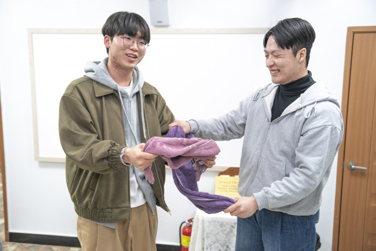 YTo1ODp7czo4OiJGaWxlTmFtZSI7czo0MDoiODBjYjkzOWUtNTRiNS00MGIwLWJkYzEtOTQzZWYxYzE3YTAwLmpwZyI7czoxMjoiRmlsZURhdGVUaW1lIjtpOjE3NDIyNTkyNDQ7czo4OiJGaWxlU2l6ZSI7aToxMDkyNTk5O3M6ODoiRmlsZVR5cGUiO2k6MjtzOjg6Ik1pbWVUeXBlIjtzOjEwOiJpbWFnZS9qcGVnIjtzOjEzOiJTZWN0aW9uc0ZvdW5kIjtzOjMwOiJBTllfVEFHLCBJRkQwLCBUSFVNQk5BSUwsIEVYSUYiO3M6ODoiQ09NUFVURUQiO2E6OTp7czo0OiJodG1sIjtzOjI2OiJ3aWR0aD0iMTc1MiIgaGVpZ2h0PSIxMTY4IiI7czo2OiJIZWlnaHQiO2k6MTE2ODtzOjU6IldpZHRoIjtpOjE3NTI7czo3OiJJc0NvbG9yIjtpOjE7czoxNzoiQnl0ZU9yZGVyTW90b3JvbGEiO2k6MDtzOjE1OiJBcGVydHVyZUZOdW1iZXIiO3M6NToiZi8yLjgiO3M6OToiQ29weXJpZ2h0IjtzOjQ6IllBQkMiO3M6MTg6IlRodW1ibmFpbC5GaWxlVHlwZSI7aToyO3M6MTg6IlRodW1ibmFpbC5NaW1lVHlwZSI7czoxMDoiaW1hZ2UvanBlZyI7fXM6NDoiTWFrZSI7czo0OiJTT05ZIjtzOjU6Ik1vZGVsIjtzOjg6IklMQ0UtN000IjtzOjExOiJYUmVzb2x1dGlvbiI7czo1OiIyNDAvMSI7czoxMToiWVJlc29sdXRpb24iO3M6NToiMjQwLzEiO3M6MTQ6IlJlc29sdXRpb25Vbml0IjtpOjI7czo4OiJTb2Z0d2FyZSI7czo1MDoiQWRvYmUgUGhvdG9zaG9wIExpZ2h0cm9vbSBDbGFzc2ljIDE0LjIgKE1hY2ludG9zaCkiO3M6ODoiRGF0ZVRpbWUiO3M6MTk6IjIwMjU6MDM6MTggMDk6NTI6MTkiO3M6NjoiQXJ0aXN0IjtzOjc6IllBQkNfU0ciO3M6OToiQ29weXJpZ2h0IjtzOjQ6IllBQkMiO3M6MTY6IkV4aWZfSUZEX1BvaW50ZXIiO2k6MjUyO3M6OToiVEhVTUJOQUlMIjthOjY6e3M6MTE6IkNvbXByZXNzaW9uIjtpOjY7czoxMToiWFJlc29sdXRpb24iO3M6NDoiNzIvMSI7czoxMToiWVJlc29sdXRpb24iO3M6NDoiNzIvMSI7czoxNDoiUmVzb2x1dGlvblVuaXQiO2k6MjtzOjIxOiJKUEVHSW50ZXJjaGFuZ2VGb3JtYXQiO2k6MTAzODtzOjI3OiJKUEVHSW50ZXJjaGFuZ2VGb3JtYXRMZW5ndGgiO2k6MTI4ODM7fXM6MTI6IkV4cG9zdXJlVGltZSI7czo1OiIxLzEwMCI7czo3OiJGTnVtYmVyIjtzOjU6IjI4LzEwIjtzOjE1OiJFeHBvc3VyZVByb2dyYW0iO2k6MTtzOjE1OiJJU09TcGVlZFJhdGluZ3MiO2k6MTYwO3M6MTk6IlVuZGVmaW5lZFRhZzoweDg4MzAiO2k6MjtzOjE5OiJVbmRlZmluZWRUYWc6MHg4ODMyIjtpOjE2MDtzOjExOiJFeGlmVmVyc2lvbiI7czo0OiIwMjMyIjtzOjE2OiJEYXRlVGltZU9yaWdpbmFsIjtzOjE5OiIyMDI1OjAzOjE2IDE1OjQwOjE1IjtzOjE3OiJEYXRlVGltZURpZ2l0aXplZCI7czoxOToiMjAyNTowMzoxNiAxNTo0MDoxNSI7czoxOToiVW5kZWZpbmVkVGFnOjB4OTAxMCI7czo2OiIrMDk6MDAiO3M6MTk6IlVuZGVmaW5lZFRhZzoweDkwMTEiO3M6NjoiKzA5OjAwIjtzOjE5OiJVbmRlZmluZWRUYWc6MHg5MDEyIjtzOjY6IiswOTowMCI7czoxNzoiU2h1dHRlclNwZWVkVmFsdWUiO3M6MTU6IjY2NDM4NTYvMTAwMDAwMCI7czoxMzoiQXBlcnR1cmVWYWx1ZSI7czoxNToiMjk3MDg1NC8xMDAwMDAwIjtzOjE1OiJCcmlnaHRuZXNzVmFsdWUiO3M6OToiNjk5NC8yNTYwIjtzOjE3OiJFeHBvc3VyZUJpYXNWYWx1ZSI7czo0OiIwLzEwIjtzOjE2OiJNYXhBcGVydHVyZVZhbHVlIjtzOjc6Ijc2MC8yNTYiO3M6MTI6Ik1ldGVyaW5nTW9kZSI7aTo1O3M6MTE6IkxpZ2h0U291cmNlIjtpOjA7czo1OiJGbGFzaCI7aToxMztzOjExOiJGb2NhbExlbmd0aCI7czo2OiIzNjAvMTAiO3M6MTg6IlN1YlNlY1RpbWVPcmlnaW5hbCI7czozOiI2OTAiO3M6MTk6IlN1YlNlY1RpbWVEaWdpdGl6ZWQiO3M6MzoiNjkwIjtzOjEwOiJDb2xvclNwYWNlIjtpOjY1NTM1O3M6MjE6IkZvY2FsUGxhbmVYUmVzb2x1dGlvbiI7czoxNDoiNjQ0NDkzMzkvMzI3NjgiO3M6MjE6IkZvY2FsUGxhbmVZUmVzb2x1dGlvbiI7czoxNDoiNjQ0NDkzMzkvMzI3NjgiO3M6MjQ6IkZvY2FsUGxhbmVSZXNvbHV0aW9uVW5pdCI7aTozO3M6MTA6IkZpbGVTb3VyY2UiO3M6MToiAyI7czo5OiJTY2VuZVR5cGUiO3M6MToiASI7czoxNDoiQ3VzdG9tUmVuZGVyZWQiO2k6MDtzOjEyOiJFeHBvc3VyZU1vZGUiO2k6MTtzOjEyOiJXaGl0ZUJhbGFuY2UiO2k6MDtzOjE2OiJEaWdpdGFsWm9vbVJhdGlvIjtzOjU6IjE2LzE2IjtzOjIxOiJGb2NhbExlbmd0aEluMzVtbUZpbG0iO2k6MzY7czoxNjoiU2NlbmVDYXB0dXJlVHlwZSI7aTowO3M6ODoiQ29udHJhc3QiO2k6MDtzOjEwOiJTYXR1cmF0aW9uIjtpOjA7czo5OiJTaGFycG5lc3MiO2k6MDtzOjE5OiJVbmRlZmluZWRUYWc6MHhBNDMyIjthOjQ6e2k6MDtzOjY6IjI0MC8xMCI7aToxO3M6NjoiNzAwLzEwIjtpOjI7czo1OiIyOC8xMCI7aTozO3M6NToiMjgvMTAiO31zOjE5OiJVbmRlZmluZWRUYWc6MHhBNDM0IjtzOjIxOiJGRSAyNC03MG1tIEYyLjggR00gSUkiO30=