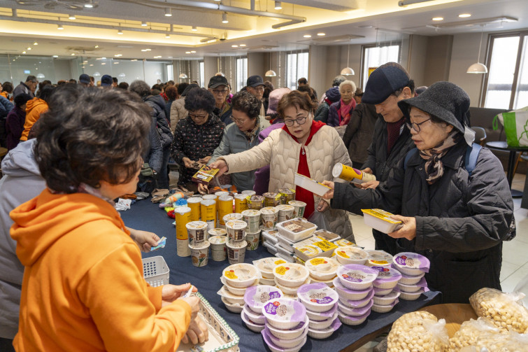 YTo1ODp7czo4OiJGaWxlTmFtZSI7czo0MDoiODY1NGMyYmEtYTQzMS00ZTU4LWIyNzgtZGZlMjM1MDZlOTlkLmpwZyI7czoxMjoiRmlsZURhdGVUaW1lIjtpOjE3NjQzMTg1ODE7czo4OiJGaWxlU2l6ZSI7aToxNjk2OTE4O3M6ODoiRmlsZVR5cGUiO2k6MjtzOjg6Ik1pbWVUeXBlIjtzOjEwOiJpbWFnZS9qcGVnIjtzOjEzOiJTZWN0aW9uc0ZvdW5kIjtzOjMwOiJBTllfVEFHLCBJRkQwLCBUSFVNQk5BSUwsIEVYSUYiO3M6ODoiQ09NUFVURUQiO2E6OTp7czo0OiJodG1sIjtzOjI2OiJ3aWR0aD0iMTc0MyIgaGVpZ2h0PSIxMTYyIiI7czo2OiJIZWlnaHQiO2k6MTE2MjtzOjU6IldpZHRoIjtpOjE3NDM7czo3OiJJc0NvbG9yIjtpOjE7czoxNzoiQnl0ZU9yZGVyTW90b3JvbGEiO2k6MDtzOjE1OiJBcGVydHVyZUZOdW1iZXIiO3M6NToiZi80LjAiO3M6OToiQ29weXJpZ2h0IjtzOjQ6IllBQkMiO3M6MTg6IlRodW1ibmFpbC5GaWxlVHlwZSI7aToyO3M6MTg6IlRodW1ibmFpbC5NaW1lVHlwZSI7czoxMDoiaW1hZ2UvanBlZyI7fXM6NDoiTWFrZSI7czo0OiJTT05ZIjtzOjU6Ik1vZGVsIjtzOjg6IklMQ0UtN000IjtzOjExOiJYUmVzb2x1dGlvbiI7czo1OiIyNDAvMSI7czoxMToiWVJlc29sdXRpb24iO3M6NToiMjQwLzEiO3M6MTQ6IlJlc29sdXRpb25Vbml0IjtpOjI7czo4OiJTb2Z0d2FyZSI7czo1MjoiQWRvYmUgUGhvdG9zaG9wIExpZ2h0cm9vbSBDbGFzc2ljIDE1LjAuMSAoTWFjaW50b3NoKSI7czo4OiJEYXRlVGltZSI7czoxOToiMjAyNToxMToyOCAxNzowMjoyNSI7czo2OiJBcnRpc3QiO3M6NzoiWUFCQ19TRyI7czo5OiJDb3B5cmlnaHQiO3M6NDoiWUFCQyI7czoxNjoiRXhpZl9JRkRfUG9pbnRlciI7aToyNTQ7czo5OiJUSFVNQk5BSUwiO2E6Njp7czoxMToiQ29tcHJlc3Npb24iO2k6NjtzOjExOiJYUmVzb2x1dGlvbiI7czo0OiI3Mi8xIjtzOjExOiJZUmVzb2x1dGlvbiI7czo0OiI3Mi8xIjtzOjE0OiJSZXNvbHV0aW9uVW5pdCI7aToyO3M6MjE6IkpQRUdJbnRlcmNoYW5nZUZvcm1hdCI7aToxMDQwO3M6Mjc6IkpQRUdJbnRlcmNoYW5nZUZvcm1hdExlbmd0aCI7aToyMTU3MTt9czoxMjoiRXhwb3N1cmVUaW1lIjtzOjU6IjEvMjAwIjtzOjc6IkZOdW1iZXIiO3M6MzoiNC8xIjtzOjE1OiJFeHBvc3VyZVByb2dyYW0iO2k6MTtzOjE1OiJJU09TcGVlZFJhdGluZ3MiO2k6MzIwO3M6MTk6IlVuZGVmaW5lZFRhZzoweDg4MzAiO2k6MjtzOjE5OiJVbmRlZmluZWRUYWc6MHg4ODMyIjtpOjMyMDtzOjExOiJFeGlmVmVyc2lvbiI7czo0OiIwMjMyIjtzOjE2OiJEYXRlVGltZU9yaWdpbmFsIjtzOjE5OiIyMDI1OjExOjI4IDEyOjAwOjEzIjtzOjE3OiJEYXRlVGltZURpZ2l0aXplZCI7czoxOToiMjAyNToxMToyOCAxMjowMDoxMyI7czoxOToiVW5kZWZpbmVkVGFnOjB4OTAxMCI7czo2OiIrMDk6MDAiO3M6MTk6IlVuZGVmaW5lZFRhZzoweDkwMTEiO3M6NjoiKzA5OjAwIjtzOjE5OiJVbmRlZmluZWRUYWc6MHg5MDEyIjtzOjY6IiswOTowMCI7czoxNzoiU2h1dHRlclNwZWVkVmFsdWUiO3M6MTU6Ijc2NDM4NTYvMTAwMDAwMCI7czoxMzoiQXBlcnR1cmVWYWx1ZSI7czozOiI0LzEiO3M6MTU6IkJyaWdodG5lc3NWYWx1ZSI7czo5OiI3NzM0LzI1NjAiO3M6MTc6IkV4cG9zdXJlQmlhc1ZhbHVlIjtzOjQ6IjAvMTAiO3M6MTY6Ik1heEFwZXJ0dXJlVmFsdWUiO3M6ODoiMTAyNC8yNTYiO3M6MTI6Ik1ldGVyaW5nTW9kZSI7aTo1O3M6MTE6IkxpZ2h0U291cmNlIjtpOjA7czo1OiJGbGFzaCI7aToxMztzOjExOiJGb2NhbExlbmd0aCI7czo2OiIyNDAvMTAiO3M6MTg6IlN1YlNlY1RpbWVPcmlnaW5hbCI7czozOiIzODYiO3M6MTk6IlN1YlNlY1RpbWVEaWdpdGl6ZWQiO3M6MzoiMzg2IjtzOjEwOiJDb2xvclNwYWNlIjtpOjY1NTM1O3M6MjE6IkZvY2FsUGxhbmVYUmVzb2x1dGlvbiI7czoxNDoiNjQ0NDkzMzkvMzI3NjgiO3M6MjE6IkZvY2FsUGxhbmVZUmVzb2x1dGlvbiI7czoxNDoiNjQ0NDkzMzkvMzI3NjgiO3M6MjQ6IkZvY2FsUGxhbmVSZXNvbHV0aW9uVW5pdCI7aTozO3M6MTA6IkZpbGVTb3VyY2UiO3M6MToiAyI7czo5OiJTY2VuZVR5cGUiO3M6MToiASI7czoxNDoiQ3VzdG9tUmVuZGVyZWQiO2k6MDtzOjEyOiJFeHBvc3VyZU1vZGUiO2k6MTtzOjEyOiJXaGl0ZUJhbGFuY2UiO2k6MTtzOjE2OiJEaWdpdGFsWm9vbVJhdGlvIjtzOjU6IjE2LzE2IjtzOjIxOiJGb2NhbExlbmd0aEluMzVtbUZpbG0iO2k6MjQ7czoxNjoiU2NlbmVDYXB0dXJlVHlwZSI7aTowO3M6ODoiQ29udHJhc3QiO2k6MDtzOjEwOiJTYXR1cmF0aW9uIjtpOjA7czo5OiJTaGFycG5lc3MiO2k6MDtzOjE5OiJVbmRlZmluZWRUYWc6MHhBNDMyIjthOjQ6e2k6MDtzOjY6IjI0MC8xMCI7aToxO3M6NzoiMTA1MC8xMCI7aToyO3M6NToiNDAvMTAiO2k6MztzOjU6IjQwLzEwIjt9czoxOToiVW5kZWZpbmVkVGFnOjB4QTQzNCI7czoyMDoiRkUgMjQtMTA1bW0gRjQgRyBPU1MiO30=