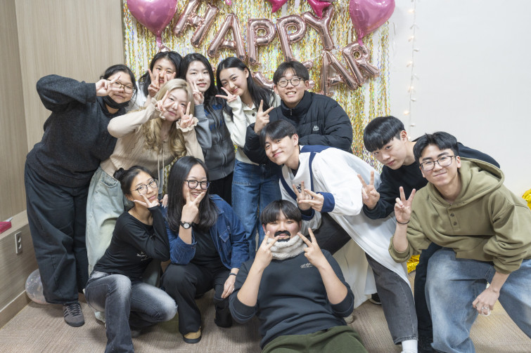 YTo1ODp7czo4OiJGaWxlTmFtZSI7czo0MDoiODZkZWJlZWQtMTg3Yi00NzdhLTk1MDMtNjkzYmM3MDAwZTFhLmpwZyI7czoxMjoiRmlsZURhdGVUaW1lIjtpOjE3NjczMzM2MzQ7czo4OiJGaWxlU2l6ZSI7aToxNjg1MzI4O3M6ODoiRmlsZVR5cGUiO2k6MjtzOjg6Ik1pbWVUeXBlIjtzOjEwOiJpbWFnZS9qcGVnIjtzOjEzOiJTZWN0aW9uc0ZvdW5kIjtzOjMwOiJBTllfVEFHLCBJRkQwLCBUSFVNQk5BSUwsIEVYSUYiO3M6ODoiQ09NUFVURUQiO2E6OTp7czo0OiJodG1sIjtzOjI2OiJ3aWR0aD0iMTc1MiIgaGVpZ2h0PSIxMTY4IiI7czo2OiJIZWlnaHQiO2k6MTE2ODtzOjU6IldpZHRoIjtpOjE3NTI7czo3OiJJc0NvbG9yIjtpOjE7czoxNzoiQnl0ZU9yZGVyTW90b3JvbGEiO2k6MDtzOjE1OiJBcGVydHVyZUZOdW1iZXIiO3M6NToiZi80LjAiO3M6OToiQ29weXJpZ2h0IjtzOjQ6IllBQkMiO3M6MTg6IlRodW1ibmFpbC5GaWxlVHlwZSI7aToyO3M6MTg6IlRodW1ibmFpbC5NaW1lVHlwZSI7czoxMDoiaW1hZ2UvanBlZyI7fXM6NDoiTWFrZSI7czo0OiJTT05ZIjtzOjU6Ik1vZGVsIjtzOjg6IklMQ0UtN000IjtzOjExOiJYUmVzb2x1dGlvbiI7czo1OiIyNDAvMSI7czoxMToiWVJlc29sdXRpb24iO3M6NToiMjQwLzEiO3M6MTQ6IlJlc29sdXRpb25Vbml0IjtpOjI7czo4OiJTb2Z0d2FyZSI7czo1MDoiQWRvYmUgUGhvdG9zaG9wIExpZ2h0cm9vbSBDbGFzc2ljIDE1LjEgKE1hY2ludG9zaCkiO3M6ODoiRGF0ZVRpbWUiO3M6MTk6IjIwMjY6MDE6MDIgMTQ6NTU6NTQiO3M6NjoiQXJ0aXN0IjtzOjc6IllBQkNfU0ciO3M6OToiQ29weXJpZ2h0IjtzOjQ6IllBQkMiO3M6MTY6IkV4aWZfSUZEX1BvaW50ZXIiO2k6MjUyO3M6OToiVEhVTUJOQUlMIjthOjY6e3M6MTE6IkNvbXByZXNzaW9uIjtpOjY7czoxMToiWFJlc29sdXRpb24iO3M6NDoiNzIvMSI7czoxMToiWVJlc29sdXRpb24iO3M6NDoiNzIvMSI7czoxNDoiUmVzb2x1dGlvblVuaXQiO2k6MjtzOjIxOiJKUEVHSW50ZXJjaGFuZ2VGb3JtYXQiO2k6MTAzODtzOjI3OiJKUEVHSW50ZXJjaGFuZ2VGb3JtYXRMZW5ndGgiO2k6MTc5OTE7fXM6MTI6IkV4cG9zdXJlVGltZSI7czo0OiIxLzYwIjtzOjc6IkZOdW1iZXIiO3M6MzoiNC8xIjtzOjE1OiJFeHBvc3VyZVByb2dyYW0iO2k6MTtzOjE1OiJJU09TcGVlZFJhdGluZ3MiO2k6NjQwO3M6MTk6IlVuZGVmaW5lZFRhZzoweDg4MzAiO2k6MjtzOjE5OiJVbmRlZmluZWRUYWc6MHg4ODMyIjtpOjY0MDtzOjExOiJFeGlmVmVyc2lvbiI7czo0OiIwMjMyIjtzOjE2OiJEYXRlVGltZU9yaWdpbmFsIjtzOjE5OiIyMDI1OjEyOjMxIDIwOjUxOjE3IjtzOjE3OiJEYXRlVGltZURpZ2l0aXplZCI7czoxOToiMjAyNToxMjozMSAyMDo1MToxNyI7czoxOToiVW5kZWZpbmVkVGFnOjB4OTAxMCI7czo2OiIrMDk6MDAiO3M6MTk6IlVuZGVmaW5lZFRhZzoweDkwMTEiO3M6NjoiKzA5OjAwIjtzOjE5OiJVbmRlZmluZWRUYWc6MHg5MDEyIjtzOjY6IiswOTowMCI7czoxNzoiU2h1dHRlclNwZWVkVmFsdWUiO3M6MTU6IjU5MDY4OTEvMTAwMDAwMCI7czoxMzoiQXBlcnR1cmVWYWx1ZSI7czozOiI0LzEiO3M6MTU6IkJyaWdodG5lc3NWYWx1ZSI7czo5OiIzNjE0LzI1NjAiO3M6MTc6IkV4cG9zdXJlQmlhc1ZhbHVlIjtzOjQ6IjAvMTAiO3M6MTY6Ik1heEFwZXJ0dXJlVmFsdWUiO3M6NzoiNzYwLzI1NiI7czoxMjoiTWV0ZXJpbmdNb2RlIjtpOjU7czoxMToiTGlnaHRTb3VyY2UiO2k6MDtzOjU6IkZsYXNoIjtpOjE2O3M6MTE6IkZvY2FsTGVuZ3RoIjtzOjY6IjMzMC8xMCI7czoxODoiU3ViU2VjVGltZU9yaWdpbmFsIjtzOjM6IjQxMSI7czoxOToiU3ViU2VjVGltZURpZ2l0aXplZCI7czozOiI0MTEiO3M6MTA6IkNvbG9yU3BhY2UiO2k6NjU1MzU7czoyMToiRm9jYWxQbGFuZVhSZXNvbHV0aW9uIjtzOjE0OiI2NDQ0OTMzOS8zMjc2OCI7czoyMToiRm9jYWxQbGFuZVlSZXNvbHV0aW9uIjtzOjE0OiI2NDQ0OTMzOS8zMjc2OCI7czoyNDoiRm9jYWxQbGFuZVJlc29sdXRpb25Vbml0IjtpOjM7czoxMDoiRmlsZVNvdXJjZSI7czoxOiIDIjtzOjk6IlNjZW5lVHlwZSI7czoxOiIBIjtzOjE0OiJDdXN0b21SZW5kZXJlZCI7aTowO3M6MTI6IkV4cG9zdXJlTW9kZSI7aToxO3M6MTI6IldoaXRlQmFsYW5jZSI7aTowO3M6MTY6IkRpZ2l0YWxab29tUmF0aW8iO3M6NToiMTYvMTYiO3M6MjE6IkZvY2FsTGVuZ3RoSW4zNW1tRmlsbSI7aTozMztzOjE2OiJTY2VuZUNhcHR1cmVUeXBlIjtpOjA7czo4OiJDb250cmFzdCI7aTowO3M6MTA6IlNhdHVyYXRpb24iO2k6MDtzOjk6IlNoYXJwbmVzcyI7aTowO3M6MTk6IlVuZGVmaW5lZFRhZzoweEE0MzIiO2E6NDp7aTowO3M6NjoiMjQwLzEwIjtpOjE7czo2OiI3MDAvMTAiO2k6MjtzOjU6IjI4LzEwIjtpOjM7czo1OiIyOC8xMCI7fXM6MTk6IlVuZGVmaW5lZFRhZzoweEE0MzQiO3M6MjE6IkZFIDI0LTcwbW0gRjIuOCBHTSBJSSI7fQ==