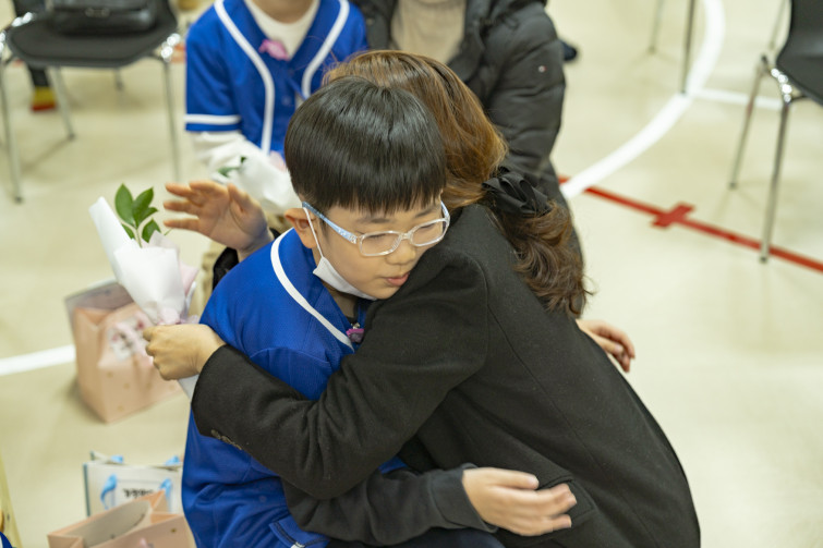 YTo1ODp7czo4OiJGaWxlTmFtZSI7czo0MDoiODhkYmQ0MzQtMGVjNS00MmM2LTlhMDQtOTkzNTdlYTcxYmRkLmpwZyI7czoxMjoiRmlsZURhdGVUaW1lIjtpOjE3MzQzMTkxNzA7czo4OiJGaWxlU2l6ZSI7aToxMTg0MDUwO3M6ODoiRmlsZVR5cGUiO2k6MjtzOjg6Ik1pbWVUeXBlIjtzOjEwOiJpbWFnZS9qcGVnIjtzOjEzOiJTZWN0aW9uc0ZvdW5kIjtzOjMwOiJBTllfVEFHLCBJRkQwLCBUSFVNQk5BSUwsIEVYSUYiO3M6ODoiQ09NUFVURUQiO2E6OTp7czo0OiJodG1sIjtzOjI2OiJ3aWR0aD0iMTc1MiIgaGVpZ2h0PSIxMTY4IiI7czo2OiJIZWlnaHQiO2k6MTE2ODtzOjU6IldpZHRoIjtpOjE3NTI7czo3OiJJc0NvbG9yIjtpOjE7czoxNzoiQnl0ZU9yZGVyTW90b3JvbGEiO2k6MDtzOjE1OiJBcGVydHVyZUZOdW1iZXIiO3M6NToiZi8yLjgiO3M6OToiQ29weXJpZ2h0IjtzOjQ6IllBQkMiO3M6MTg6IlRodW1ibmFpbC5GaWxlVHlwZSI7aToyO3M6MTg6IlRodW1ibmFpbC5NaW1lVHlwZSI7czoxMDoiaW1hZ2UvanBlZyI7fXM6NDoiTWFrZSI7czo0OiJTT05ZIjtzOjU6Ik1vZGVsIjtzOjg6IklMQ0UtN000IjtzOjExOiJYUmVzb2x1dGlvbiI7czo1OiIyNDAvMSI7czoxMToiWVJlc29sdXRpb24iO3M6NToiMjQwLzEiO3M6MTQ6IlJlc29sdXRpb25Vbml0IjtpOjI7czo4OiJTb2Z0d2FyZSI7czo1MjoiQWRvYmUgUGhvdG9zaG9wIExpZ2h0cm9vbSBDbGFzc2ljIDE0LjAuMSAoTWFjaW50b3NoKSI7czo4OiJEYXRlVGltZSI7czoxOToiMjAyNDoxMjoxNiAxMjoxNToyMSI7czo2OiJBcnRpc3QiO3M6NzoiWUFCQ19TRyI7czo5OiJDb3B5cmlnaHQiO3M6NDoiWUFCQyI7czoxNjoiRXhpZl9JRkRfUG9pbnRlciI7aToyNTQ7czo5OiJUSFVNQk5BSUwiO2E6Njp7czoxMToiQ29tcHJlc3Npb24iO2k6NjtzOjExOiJYUmVzb2x1dGlvbiI7czo0OiI3Mi8xIjtzOjExOiJZUmVzb2x1dGlvbiI7czo0OiI3Mi8xIjtzOjE0OiJSZXNvbHV0aW9uVW5pdCI7aToyO3M6MjE6IkpQRUdJbnRlcmNoYW5nZUZvcm1hdCI7aToxMDQwO3M6Mjc6IkpQRUdJbnRlcmNoYW5nZUZvcm1hdExlbmd0aCI7aToxNDI2ODt9czoxMjoiRXhwb3N1cmVUaW1lIjtzOjU6IjEvMTAwIjtzOjc6IkZOdW1iZXIiO3M6NToiMjgvMTAiO3M6MTU6IkV4cG9zdXJlUHJvZ3JhbSI7aToxO3M6MTU6IklTT1NwZWVkUmF0aW5ncyI7aToxNjA7czoxOToiVW5kZWZpbmVkVGFnOjB4ODgzMCI7aToyO3M6MTk6IlVuZGVmaW5lZFRhZzoweDg4MzIiO2k6MTYwO3M6MTE6IkV4aWZWZXJzaW9uIjtzOjQ6IjAyMzIiO3M6MTY6IkRhdGVUaW1lT3JpZ2luYWwiO3M6MTk6IjIwMjQ6MTI6MTUgMTQ6MzQ6MDUiO3M6MTc6IkRhdGVUaW1lRGlnaXRpemVkIjtzOjE5OiIyMDI0OjEyOjE1IDE0OjM0OjA1IjtzOjE5OiJVbmRlZmluZWRUYWc6MHg5MDEwIjtzOjY6IiswOTowMCI7czoxOToiVW5kZWZpbmVkVGFnOjB4OTAxMSI7czo2OiIrMDk6MDAiO3M6MTk6IlVuZGVmaW5lZFRhZzoweDkwMTIiO3M6NjoiKzA5OjAwIjtzOjE3OiJTaHV0dGVyU3BlZWRWYWx1ZSI7czoxNToiNjY0Mzg1Ni8xMDAwMDAwIjtzOjEzOiJBcGVydHVyZVZhbHVlIjtzOjE1OiIyOTcwODU0LzEwMDAwMDAiO3M6MTU6IkJyaWdodG5lc3NWYWx1ZSI7czo5OiI1MTQ0LzI1NjAiO3M6MTc6IkV4cG9zdXJlQmlhc1ZhbHVlIjtzOjQ6IjAvMTAiO3M6MTY6Ik1heEFwZXJ0dXJlVmFsdWUiO3M6NzoiNzYwLzI1NiI7czoxMjoiTWV0ZXJpbmdNb2RlIjtpOjI1NTtzOjExOiJMaWdodFNvdXJjZSI7aTowO3M6NToiRmxhc2giO2k6MTM7czoxMToiRm9jYWxMZW5ndGgiO3M6NjoiNTAwLzEwIjtzOjE4OiJTdWJTZWNUaW1lT3JpZ2luYWwiO3M6MzoiNTI0IjtzOjE5OiJTdWJTZWNUaW1lRGlnaXRpemVkIjtzOjM6IjUyNCI7czoxMDoiQ29sb3JTcGFjZSI7aTo2NTUzNTtzOjIxOiJGb2NhbFBsYW5lWFJlc29sdXRpb24iO3M6MTQ6IjY0NDQ5MzM5LzMyNzY4IjtzOjIxOiJGb2NhbFBsYW5lWVJlc29sdXRpb24iO3M6MTQ6IjY0NDQ5MzM5LzMyNzY4IjtzOjI0OiJGb2NhbFBsYW5lUmVzb2x1dGlvblVuaXQiO2k6MztzOjEwOiJGaWxlU291cmNlIjtzOjE6IgMiO3M6OToiU2NlbmVUeXBlIjtzOjE6IgEiO3M6MTQ6IkN1c3RvbVJlbmRlcmVkIjtpOjA7czoxMjoiRXhwb3N1cmVNb2RlIjtpOjE7czoxMjoiV2hpdGVCYWxhbmNlIjtpOjA7czoxNjoiRGlnaXRhbFpvb21SYXRpbyI7czo1OiIxNi8xNiI7czoyMToiRm9jYWxMZW5ndGhJbjM1bW1GaWxtIjtpOjUwO3M6MTY6IlNjZW5lQ2FwdHVyZVR5cGUiO2k6MDtzOjg6IkNvbnRyYXN0IjtpOjA7czoxMDoiU2F0dXJhdGlvbiI7aTowO3M6OToiU2hhcnBuZXNzIjtpOjA7czoxOToiVW5kZWZpbmVkVGFnOjB4QTQzMiI7YTo0OntpOjA7czo2OiIyNDAvMTAiO2k6MTtzOjY6IjcwMC8xMCI7aToyO3M6NToiMjgvMTAiO2k6MztzOjU6IjI4LzEwIjt9czoxOToiVW5kZWZpbmVkVGFnOjB4QTQzNCI7czoyMToiRkUgMjQtNzBtbSBGMi44IEdNIElJIjt9