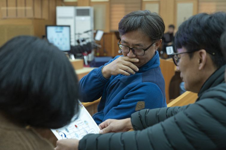 YTo1Nzp7czo4OiJGaWxlTmFtZSI7czo0MDoiODlkNWNlZTQtZmEzYi00MDUyLWI4MWItNzM0NzY0NDc3ZGU2LmpwZyI7czoxMjoiRmlsZURhdGVUaW1lIjtpOjE3MDE0OTY2OTc7czo4OiJGaWxlU2l6ZSI7aTo5NTc3Mjk7czo4OiJGaWxlVHlwZSI7aToyO3M6ODoiTWltZVR5cGUiO3M6MTA6ImltYWdlL2pwZWciO3M6MTM6IlNlY3Rpb25zRm91bmQiO3M6MzA6IkFOWV9UQUcsIElGRDAsIFRIVU1CTkFJTCwgRVhJRiI7czo4OiJDT01QVVRFRCI7YToxMDp7czo0OiJodG1sIjtzOjI2OiJ3aWR0aD0iMTc1MiIgaGVpZ2h0PSIxMTY4IiI7czo2OiJIZWlnaHQiO2k6MTE2ODtzOjU6IldpZHRoIjtpOjE3NTI7czo3OiJJc0NvbG9yIjtpOjE7czoxNzoiQnl0ZU9yZGVyTW90b3JvbGEiO2k6MDtzOjg6IkNDRFdpZHRoIjtzOjM6IjhtbSI7czoxNToiQXBlcnR1cmVGTnVtYmVyIjtzOjU6ImYvNC4wIjtzOjk6IkNvcHlyaWdodCI7czo0OiJZQUJDIjtzOjE4OiJUaHVtYm5haWwuRmlsZVR5cGUiO2k6MjtzOjE4OiJUaHVtYm5haWwuTWltZVR5cGUiO3M6MTA6ImltYWdlL2pwZWciO31zOjQ6Ik1ha2UiO3M6NDoiU09OWSI7czo1OiJNb2RlbCI7czo4OiJJTENFLTdNNCI7czoxMToiWFJlc29sdXRpb24iO3M6NToiMjQwLzEiO3M6MTE6IllSZXNvbHV0aW9uIjtzOjU6IjI0MC8xIjtzOjE0OiJSZXNvbHV0aW9uVW5pdCI7aToyO3M6ODoiU29mdHdhcmUiO3M6NTI6IkFkb2JlIFBob3Rvc2hvcCBMaWdodHJvb20gQ2xhc3NpYyAxMy4wLjEgKE1hY2ludG9zaCkiO3M6ODoiRGF0ZVRpbWUiO3M6MTk6IjIwMjM6MTE6MjggMTQ6NDM6MTYiO3M6NjoiQXJ0aXN0IjtzOjc6IllBQkNfU0ciO3M6MTY6IllDYkNyUG9zaXRpb25pbmciO2k6MjtzOjE5OiJSZWZlcmVuY2VCbGFja1doaXRlIjthOjY6e2k6MDtzOjM6IjAvMSI7aToxO3M6NToiMjU1LzEiO2k6MjtzOjU6IjEyOC8xIjtpOjM7czo1OiIyNTUvMSI7aTo0O3M6NToiMTI4LzEiO2k6NTtzOjU6IjI1NS8xIjt9czo5OiJDb3B5cmlnaHQiO3M6NDoiWUFCQyI7czoxNjoiRXhpZl9JRkRfUG9pbnRlciI7aTozMjY7czo5OiJUSFVNQk5BSUwiO2E6Njp7czoxMToiQ29tcHJlc3Npb24iO2k6NjtzOjExOiJYUmVzb2x1dGlvbiI7czo1OiIyNDAvMSI7czoxMToiWVJlc29sdXRpb24iO3M6NToiMjQwLzEiO3M6MTQ6IlJlc29sdXRpb25Vbml0IjtpOjI7czoyMToiSlBFR0ludGVyY2hhbmdlRm9ybWF0IjtpOjk5ODtzOjI3OiJKUEVHSW50ZXJjaGFuZ2VGb3JtYXRMZW5ndGgiO2k6MTU1ODU7fXM6MTI6IkV4cG9zdXJlVGltZSI7czo0OiIxLzYwIjtzOjc6IkZOdW1iZXIiO3M6MzoiNC8xIjtzOjE1OiJFeHBvc3VyZVByb2dyYW0iO2k6MTtzOjE1OiJJU09TcGVlZFJhdGluZ3MiO2k6MTAwMDtzOjExOiJFeGlmVmVyc2lvbiI7czo0OiIwMjIxIjtzOjE2OiJEYXRlVGltZU9yaWdpbmFsIjtzOjE5OiIyMDIzOjExOjI1IDE2OjA3OjQzIjtzOjE3OiJEYXRlVGltZURpZ2l0aXplZCI7czoxOToiMjAyMzoxMToyNSAxNjowNzo0MyI7czoyMzoiQ29tcG9uZW50c0NvbmZpZ3VyYXRpb24iO3M6NDoiAQIDACI7czoxNzoiU2h1dHRlclNwZWVkVmFsdWUiO3M6MTU6IjU5MDY4OTEvMTAwMDAwMCI7czoxMzoiQXBlcnR1cmVWYWx1ZSI7czozOiI0LzEiO3M6MTU6IkJyaWdodG5lc3NWYWx1ZSI7czo5OiIyMDA0LzI1NjAiO3M6MTc6IkV4cG9zdXJlQmlhc1ZhbHVlIjtzOjQ6IjAvMTAiO3M6MTY6Ik1heEFwZXJ0dXJlVmFsdWUiO3M6ODoiMTAyNC8yNTYiO3M6MTI6Ik1ldGVyaW5nTW9kZSI7aTo1O3M6MTE6IkxpZ2h0U291cmNlIjtpOjA7czo1OiJGbGFzaCI7aToxNjtzOjExOiJGb2NhbExlbmd0aCI7czo2OiI2MjAvMTAiO3M6MTg6IlN1YlNlY1RpbWVPcmlnaW5hbCI7czozOiI0MTIiO3M6MTk6IlN1YlNlY1RpbWVEaWdpdGl6ZWQiO3M6MzoiNDEyIjtzOjE1OiJGbGFzaFBpeFZlcnNpb24iO3M6NDoiMDEwMCI7czoxMDoiQ29sb3JTcGFjZSI7aTo2NTUzNTtzOjE0OiJFeGlmSW1hZ2VXaWR0aCI7aToxNzUyO3M6MTU6IkV4aWZJbWFnZUxlbmd0aCI7aToxMTY4O3M6MjE6IkZvY2FsUGxhbmVYUmVzb2x1dGlvbiI7czoxNDoiNjQ0NDkzMzkvMzI3NjgiO3M6MjE6IkZvY2FsUGxhbmVZUmVzb2x1dGlvbiI7czoxNDoiNjQ0NDkzMzkvMzI3NjgiO3M6MjQ6IkZvY2FsUGxhbmVSZXNvbHV0aW9uVW5pdCI7aTozO3M6MTA6IkZpbGVTb3VyY2UiO3M6MToiAyI7czo5OiJTY2VuZVR5cGUiO3M6MToiASI7czoxNDoiQ3VzdG9tUmVuZGVyZWQiO2k6MDtzOjEyOiJFeHBvc3VyZU1vZGUiO2k6MTtzOjEyOiJXaGl0ZUJhbGFuY2UiO2k6MDtzOjE2OiJEaWdpdGFsWm9vbVJhdGlvIjtzOjU6IjE2LzE2IjtzOjIxOiJGb2NhbExlbmd0aEluMzVtbUZpbG0iO2k6NjI7czoxNjoiU2NlbmVDYXB0dXJlVHlwZSI7aTowO3M6ODoiQ29udHJhc3QiO2k6MDtzOjEwOiJTYXR1cmF0aW9uIjtpOjA7czo5OiJTaGFycG5lc3MiO2k6MDt9