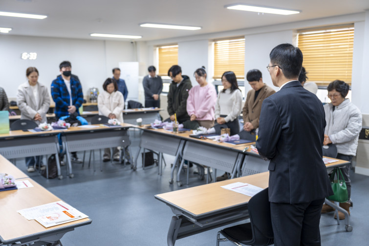 YTo1ODp7czo4OiJGaWxlTmFtZSI7czo0MDoiOGMzN2I4ZDktNjBiMi00ODU0LTg4YTUtZTE5NGE4ZDNhZjhjLmpwZyI7czoxMjoiRmlsZURhdGVUaW1lIjtpOjE3NjUxNjY5NzI7czo4OiJGaWxlU2l6ZSI7aToxODUwNDQxO3M6ODoiRmlsZVR5cGUiO2k6MjtzOjg6Ik1pbWVUeXBlIjtzOjEwOiJpbWFnZS9qcGVnIjtzOjEzOiJTZWN0aW9uc0ZvdW5kIjtzOjMwOiJBTllfVEFHLCBJRkQwLCBUSFVNQk5BSUwsIEVYSUYiO3M6ODoiQ09NUFVURUQiO2E6OTp7czo0OiJodG1sIjtzOjI2OiJ3aWR0aD0iMjQwMCIgaGVpZ2h0PSIxNjAwIiI7czo2OiJIZWlnaHQiO2k6MTYwMDtzOjU6IldpZHRoIjtpOjI0MDA7czo3OiJJc0NvbG9yIjtpOjE7czoxNzoiQnl0ZU9yZGVyTW90b3JvbGEiO2k6MDtzOjE1OiJBcGVydHVyZUZOdW1iZXIiO3M6NToiZi8yLjgiO3M6OToiQ29weXJpZ2h0IjtzOjQ6IllBQkMiO3M6MTg6IlRodW1ibmFpbC5GaWxlVHlwZSI7aToyO3M6MTg6IlRodW1ibmFpbC5NaW1lVHlwZSI7czoxMDoiaW1hZ2UvanBlZyI7fXM6NDoiTWFrZSI7czo0OiJTT05ZIjtzOjU6Ik1vZGVsIjtzOjg6IklMQ0UtN000IjtzOjExOiJYUmVzb2x1dGlvbiI7czo1OiIyNDAvMSI7czoxMToiWVJlc29sdXRpb24iO3M6NToiMjQwLzEiO3M6MTQ6IlJlc29sdXRpb25Vbml0IjtpOjI7czo4OiJTb2Z0d2FyZSI7czo1MjoiQWRvYmUgUGhvdG9zaG9wIExpZ2h0cm9vbSBDbGFzc2ljIDE0LjEuMSAoTWFjaW50b3NoKSI7czo4OiJEYXRlVGltZSI7czoxOToiMjAyNToxMjowOCAxMzowOToxMyI7czo2OiJBcnRpc3QiO3M6NzoiWUFCQ19TRyI7czo5OiJDb3B5cmlnaHQiO3M6NDoiWUFCQyI7czoxNjoiRXhpZl9JRkRfUG9pbnRlciI7aToyNTQ7czo5OiJUSFVNQk5BSUwiO2E6Njp7czoxMToiQ29tcHJlc3Npb24iO2k6NjtzOjExOiJYUmVzb2x1dGlvbiI7czo0OiI3Mi8xIjtzOjExOiJZUmVzb2x1dGlvbiI7czo0OiI3Mi8xIjtzOjE0OiJSZXNvbHV0aW9uVW5pdCI7aToyO3M6MjE6IkpQRUdJbnRlcmNoYW5nZUZvcm1hdCI7aToxMDQwO3M6Mjc6IkpQRUdJbnRlcmNoYW5nZUZvcm1hdExlbmd0aCI7aToxNjIxMTt9czoxMjoiRXhwb3N1cmVUaW1lIjtzOjQ6IjEvNjAiO3M6NzoiRk51bWJlciI7czo1OiIyOC8xMCI7czoxNToiRXhwb3N1cmVQcm9ncmFtIjtpOjE7czoxNToiSVNPU3BlZWRSYXRpbmdzIjtpOjEwMDtzOjE5OiJVbmRlZmluZWRUYWc6MHg4ODMwIjtpOjI7czoxOToiVW5kZWZpbmVkVGFnOjB4ODgzMiI7aToxMDA7czoxMToiRXhpZlZlcnNpb24iO3M6NDoiMDIzMiI7czoxNjoiRGF0ZVRpbWVPcmlnaW5hbCI7czoxOToiMjAyNToxMjowNyAxNTozMzo1OCI7czoxNzoiRGF0ZVRpbWVEaWdpdGl6ZWQiO3M6MTk6IjIwMjU6MTI6MDcgMTU6MzM6NTgiO3M6MTk6IlVuZGVmaW5lZFRhZzoweDkwMTAiO3M6NjoiKzA5OjAwIjtzOjE5OiJVbmRlZmluZWRUYWc6MHg5MDExIjtzOjY6IiswOTowMCI7czoxOToiVW5kZWZpbmVkVGFnOjB4OTAxMiI7czo2OiIrMDk6MDAiO3M6MTc6IlNodXR0ZXJTcGVlZFZhbHVlIjtzOjE1OiI1OTA2ODkxLzEwMDAwMDAiO3M6MTM6IkFwZXJ0dXJlVmFsdWUiO3M6MTU6IjI5NzA4NTQvMTAwMDAwMCI7czoxNToiQnJpZ2h0bmVzc1ZhbHVlIjtzOjk6IjgzMTQvMjU2MCI7czoxNzoiRXhwb3N1cmVCaWFzVmFsdWUiO3M6NDoiMC8xMCI7czoxNjoiTWF4QXBlcnR1cmVWYWx1ZSI7czo3OiI3NjAvMjU2IjtzOjEyOiJNZXRlcmluZ01vZGUiO2k6NTtzOjExOiJMaWdodFNvdXJjZSI7aTowO3M6NToiRmxhc2giO2k6MTM7czoxMToiRm9jYWxMZW5ndGgiO3M6NjoiMzcwLzEwIjtzOjE4OiJTdWJTZWNUaW1lT3JpZ2luYWwiO3M6MzoiMzAwIjtzOjE5OiJTdWJTZWNUaW1lRGlnaXRpemVkIjtzOjM6IjMwMCI7czoxMDoiQ29sb3JTcGFjZSI7aTo2NTUzNTtzOjIxOiJGb2NhbFBsYW5lWFJlc29sdXRpb24iO3M6MTQ6IjY0NDQ5MzM5LzMyNzY4IjtzOjIxOiJGb2NhbFBsYW5lWVJlc29sdXRpb24iO3M6MTQ6IjY0NDQ5MzM5LzMyNzY4IjtzOjI0OiJGb2NhbFBsYW5lUmVzb2x1dGlvblVuaXQiO2k6MztzOjEwOiJGaWxlU291cmNlIjtzOjE6IgMiO3M6OToiU2NlbmVUeXBlIjtzOjE6IgEiO3M6MTQ6IkN1c3RvbVJlbmRlcmVkIjtpOjA7czoxMjoiRXhwb3N1cmVNb2RlIjtpOjE7czoxMjoiV2hpdGVCYWxhbmNlIjtpOjE7czoxNjoiRGlnaXRhbFpvb21SYXRpbyI7czo1OiIxNi8xNiI7czoyMToiRm9jYWxMZW5ndGhJbjM1bW1GaWxtIjtpOjM3O3M6MTY6IlNjZW5lQ2FwdHVyZVR5cGUiO2k6MDtzOjg6IkNvbnRyYXN0IjtpOjA7czoxMDoiU2F0dXJhdGlvbiI7aTowO3M6OToiU2hhcnBuZXNzIjtpOjA7czoxOToiVW5kZWZpbmVkVGFnOjB4QTQzMiI7YTo0OntpOjA7czo2OiIyNDAvMTAiO2k6MTtzOjY6IjcwMC8xMCI7aToyO3M6NToiMjgvMTAiO2k6MztzOjU6IjI4LzEwIjt9czoxOToiVW5kZWZpbmVkVGFnOjB4QTQzNCI7czoyMToiRkUgMjQtNzBtbSBGMi44IEdNIElJIjt9