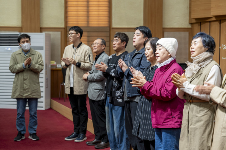 YTo1ODp7czo4OiJGaWxlTmFtZSI7czo0MDoiOGNjNmYxYmItNDg3My00NjliLWJjMDMtNjRmMzEwZmJkMjExLmpwZyI7czoxMjoiRmlsZURhdGVUaW1lIjtpOjE3NzUzNjgyMjM7czo4OiJGaWxlU2l6ZSI7aToyMjM1NzQxO3M6ODoiRmlsZVR5cGUiO2k6MjtzOjg6Ik1pbWVUeXBlIjtzOjEwOiJpbWFnZS9qcGVnIjtzOjEzOiJTZWN0aW9uc0ZvdW5kIjtzOjMwOiJBTllfVEFHLCBJRkQwLCBUSFVNQk5BSUwsIEVYSUYiO3M6ODoiQ09NUFVURUQiO2E6OTp7czo0OiJodG1sIjtzOjI2OiJ3aWR0aD0iMjQ1MyIgaGVpZ2h0PSIxNjM1IiI7czo2OiJIZWlnaHQiO2k6MTYzNTtzOjU6IldpZHRoIjtpOjI0NTM7czo3OiJJc0NvbG9yIjtpOjE7czoxNzoiQnl0ZU9yZGVyTW90b3JvbGEiO2k6MDtzOjE1OiJBcGVydHVyZUZOdW1iZXIiO3M6NToiZi80LjAiO3M6OToiQ29weXJpZ2h0IjtzOjQ6IllBQkMiO3M6MTg6IlRodW1ibmFpbC5GaWxlVHlwZSI7aToyO3M6MTg6IlRodW1ibmFpbC5NaW1lVHlwZSI7czoxMDoiaW1hZ2UvanBlZyI7fXM6NDoiTWFrZSI7czo0OiJTT05ZIjtzOjU6Ik1vZGVsIjtzOjg6IklMQ0UtN000IjtzOjExOiJYUmVzb2x1dGlvbiI7czo1OiIyNDAvMSI7czoxMToiWVJlc29sdXRpb24iO3M6NToiMjQwLzEiO3M6MTQ6IlJlc29sdXRpb25Vbml0IjtpOjI7czo4OiJTb2Z0d2FyZSI7czo1MDoiQWRvYmUgUGhvdG9zaG9wIExpZ2h0cm9vbSBDbGFzc2ljIDE1LjIgKE1hY2ludG9zaCkiO3M6ODoiRGF0ZVRpbWUiO3M6MTk6IjIwMjY6MDQ6MDUgMTQ6MzE6MDUiO3M6NjoiQXJ0aXN0IjtzOjc6IllBQkNfU0ciO3M6OToiQ29weXJpZ2h0IjtzOjQ6IllBQkMiO3M6MTY6IkV4aWZfSUZEX1BvaW50ZXIiO2k6MjUyO3M6OToiVEhVTUJOQUlMIjthOjY6e3M6MTE6IkNvbXByZXNzaW9uIjtpOjY7czoxMToiWFJlc29sdXRpb24iO3M6NDoiNzIvMSI7czoxMToiWVJlc29sdXRpb24iO3M6NDoiNzIvMSI7czoxNDoiUmVzb2x1dGlvblVuaXQiO2k6MjtzOjIxOiJKUEVHSW50ZXJjaGFuZ2VGb3JtYXQiO2k6MTAzODtzOjI3OiJKUEVHSW50ZXJjaGFuZ2VGb3JtYXRMZW5ndGgiO2k6MTc3NDM7fXM6MTI6IkV4cG9zdXJlVGltZSI7czo0OiIxLzYwIjtzOjc6IkZOdW1iZXIiO3M6MzoiNC8xIjtzOjE1OiJFeHBvc3VyZVByb2dyYW0iO2k6MTtzOjE1OiJJU09TcGVlZFJhdGluZ3MiO2k6MzIwO3M6MTk6IlVuZGVmaW5lZFRhZzoweDg4MzAiO2k6MjtzOjE5OiJVbmRlZmluZWRUYWc6MHg4ODMyIjtpOjMyMDtzOjExOiJFeGlmVmVyc2lvbiI7czo0OiIwMjMyIjtzOjE2OiJEYXRlVGltZU9yaWdpbmFsIjtzOjE5OiIyMDI2OjA0OjA0IDE1OjM1OjA4IjtzOjE3OiJEYXRlVGltZURpZ2l0aXplZCI7czoxOToiMjAyNjowNDowNCAxNTozNTowOCI7czoxOToiVW5kZWZpbmVkVGFnOjB4OTAxMCI7czo2OiIrMDk6MDAiO3M6MTk6IlVuZGVmaW5lZFRhZzoweDkwMTEiO3M6NjoiKzA5OjAwIjtzOjE5OiJVbmRlZmluZWRUYWc6MHg5MDEyIjtzOjY6IiswOTowMCI7czoxNzoiU2h1dHRlclNwZWVkVmFsdWUiO3M6MTU6IjU5MDY4OTEvMTAwMDAwMCI7czoxMzoiQXBlcnR1cmVWYWx1ZSI7czozOiI0LzEiO3M6MTU6IkJyaWdodG5lc3NWYWx1ZSI7czo5OiI2NjM0LzI1NjAiO3M6MTc6IkV4cG9zdXJlQmlhc1ZhbHVlIjtzOjQ6IjAvMTAiO3M6MTY6Ik1heEFwZXJ0dXJlVmFsdWUiO3M6NzoiNzYwLzI1NiI7czoxMjoiTWV0ZXJpbmdNb2RlIjtpOjU7czoxMToiTGlnaHRTb3VyY2UiO2k6MDtzOjU6IkZsYXNoIjtpOjEzO3M6MTE6IkZvY2FsTGVuZ3RoIjtzOjY6IjcwMC8xMCI7czoxODoiU3ViU2VjVGltZU9yaWdpbmFsIjtzOjM6IjU0MyI7czoxOToiU3ViU2VjVGltZURpZ2l0aXplZCI7czozOiI1NDMiO3M6MTA6IkNvbG9yU3BhY2UiO2k6NjU1MzU7czoyMToiRm9jYWxQbGFuZVhSZXNvbHV0aW9uIjtzOjE0OiI2NDQ0OTMzOS8zMjc2OCI7czoyMToiRm9jYWxQbGFuZVlSZXNvbHV0aW9uIjtzOjE0OiI2NDQ0OTMzOS8zMjc2OCI7czoyNDoiRm9jYWxQbGFuZVJlc29sdXRpb25Vbml0IjtpOjM7czoxMDoiRmlsZVNvdXJjZSI7czoxOiIDIjtzOjk6IlNjZW5lVHlwZSI7czoxOiIBIjtzOjE0OiJDdXN0b21SZW5kZXJlZCI7aTowO3M6MTI6IkV4cG9zdXJlTW9kZSI7aToxO3M6MTI6IldoaXRlQmFsYW5jZSI7aTowO3M6MTY6IkRpZ2l0YWxab29tUmF0aW8iO3M6NToiMTYvMTYiO3M6MjE6IkZvY2FsTGVuZ3RoSW4zNW1tRmlsbSI7aTo3MDtzOjE2OiJTY2VuZUNhcHR1cmVUeXBlIjtpOjA7czo4OiJDb250cmFzdCI7aTowO3M6MTA6IlNhdHVyYXRpb24iO2k6MDtzOjk6IlNoYXJwbmVzcyI7aTowO3M6MTk6IlVuZGVmaW5lZFRhZzoweEE0MzIiO2E6NDp7aTowO3M6NjoiMjQwLzEwIjtpOjE7czo2OiI3MDAvMTAiO2k6MjtzOjU6IjI4LzEwIjtpOjM7czo1OiIyOC8xMCI7fXM6MTk6IlVuZGVmaW5lZFRhZzoweEE0MzQiO3M6MjE6IkZFIDI0LTcwbW0gRjIuOCBHTSBJSSI7fQ==