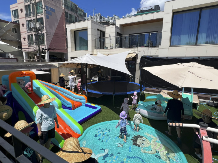 YTo0Nzp7czo4OiJGaWxlTmFtZSI7czo0MDoiOGYxNTIyYmEtZDYyYi00ZDRjLWFjYTItYzA5MTM2ZmFiYjMzLmpwZyI7czoxMjoiRmlsZURhdGVUaW1lIjtpOjE3NTUzMjgwOTU7czo4OiJGaWxlU2l6ZSI7aToxOTk0MTQ1O3M6ODoiRmlsZVR5cGUiO2k6MjtzOjg6Ik1pbWVUeXBlIjtzOjEwOiJpbWFnZS9qcGVnIjtzOjEzOiJTZWN0aW9uc0ZvdW5kIjtzOjMwOiJBTllfVEFHLCBJRkQwLCBUSFVNQk5BSUwsIEVYSUYiO3M6ODoiQ09NUFVURUQiO2E6ODp7czo0OiJodG1sIjtzOjI2OiJ3aWR0aD0iMjAxNiIgaGVpZ2h0PSIxNTEyIiI7czo2OiJIZWlnaHQiO2k6MTUxMjtzOjU6IldpZHRoIjtpOjIwMTY7czo3OiJJc0NvbG9yIjtpOjE7czoxNzoiQnl0ZU9yZGVyTW90b3JvbGEiO2k6MDtzOjE1OiJBcGVydHVyZUZOdW1iZXIiO3M6NToiZi8xLjgiO3M6MTg6IlRodW1ibmFpbC5GaWxlVHlwZSI7aToyO3M6MTg6IlRodW1ibmFpbC5NaW1lVHlwZSI7czoxMDoiaW1hZ2UvanBlZyI7fXM6NDoiTWFrZSI7czo1OiJBcHBsZSI7czo1OiJNb2RlbCI7czoxMzoiaVBob25lIDEzIFBybyI7czoxMToiWFJlc29sdXRpb24iO3M6NToiMjQwLzEiO3M6MTE6IllSZXNvbHV0aW9uIjtzOjU6IjI0MC8xIjtzOjE0OiJSZXNvbHV0aW9uVW5pdCI7aToyO3M6ODoiU29mdHdhcmUiO3M6NTA6IkFkb2JlIFBob3Rvc2hvcCBMaWdodHJvb20gQ2xhc3NpYyAxNC40IChNYWNpbnRvc2gpIjtzOjg6IkRhdGVUaW1lIjtzOjE5OiIyMDI1OjA4OjE2IDE2OjA3OjE0IjtzOjE2OiJFeGlmX0lGRF9Qb2ludGVyIjtpOjIxODtzOjk6IlRIVU1CTkFJTCI7YTo2OntzOjExOiJDb21wcmVzc2lvbiI7aTo2O3M6MTE6IlhSZXNvbHV0aW9uIjtzOjQ6IjcyLzEiO3M6MTE6IllSZXNvbHV0aW9uIjtzOjQ6IjcyLzEiO3M6MTQ6IlJlc29sdXRpb25Vbml0IjtpOjI7czoyMToiSlBFR0ludGVyY2hhbmdlRm9ybWF0IjtpOjkxMDtzOjI3OiJKUEVHSW50ZXJjaGFuZ2VGb3JtYXRMZW5ndGgiO2k6MjQxMjM7fXM6MTI6IkV4cG9zdXJlVGltZSI7czo2OiIxLzI1MDAiO3M6NzoiRk51bWJlciI7czo1OiIxOC8xMCI7czoxNToiRXhwb3N1cmVQcm9ncmFtIjtpOjI7czoxNToiSVNPU3BlZWRSYXRpbmdzIjtpOjMyO3M6MTE6IkV4aWZWZXJzaW9uIjtzOjQ6IjAyMzIiO3M6MTY6IkRhdGVUaW1lT3JpZ2luYWwiO3M6MTk6IjIwMjU6MDc6MjYgMTE6MjY6MDAiO3M6MTc6IkRhdGVUaW1lRGlnaXRpemVkIjtzOjE5OiIyMDI1OjA3OjI2IDExOjI2OjAwIjtzOjE5OiJVbmRlZmluZWRUYWc6MHg5MDEwIjtzOjY6IiswOTowMCI7czoxOToiVW5kZWZpbmVkVGFnOjB4OTAxMSI7czo2OiIrMDk6MDAiO3M6MTk6IlVuZGVmaW5lZFRhZzoweDkwMTIiO3M6NjoiKzA5OjAwIjtzOjE3OiJTaHV0dGVyU3BlZWRWYWx1ZSI7czoxNjoiMTEyODc3MTIvMTAwMDAwMCI7czoxMzoiQXBlcnR1cmVWYWx1ZSI7czoxNToiMTY5NTk5NC8xMDAwMDAwIjtzOjE1OiJCcmlnaHRuZXNzVmFsdWUiO3M6MTA6IjQ5NDczLzQ1NTkiO3M6MTc6IkV4cG9zdXJlQmlhc1ZhbHVlIjtzOjM6IjAvMSI7czoxMjoiTWV0ZXJpbmdNb2RlIjtpOjU7czo1OiJGbGFzaCI7aToxNjtzOjExOiJGb2NhbExlbmd0aCI7czo3OiIxNTcvMTAwIjtzOjE1OiJTdWJqZWN0TG9jYXRpb24iO2E6NDp7aTowO2k6MjAxNTtpOjE7aToxNTA3O2k6MjtpOjIyMTU7aTozO2k6MTMyOTt9czoxODoiU3ViU2VjVGltZU9yaWdpbmFsIjtzOjM6IjAyMiI7czoxOToiU3ViU2VjVGltZURpZ2l0aXplZCI7czozOiIwMjIiO3M6MTA6IkNvbG9yU3BhY2UiO2k6NjU1MzU7czoxMzoiU2Vuc2luZ01ldGhvZCI7aToyO3M6OToiU2NlbmVUeXBlIjtzOjE6IgEiO3M6MTI6IkV4cG9zdXJlTW9kZSI7aTowO3M6MTI6IldoaXRlQmFsYW5jZSI7aTowO3M6MTY6IkRpZ2l0YWxab29tUmF0aW8iO3M6NzoiNzU2LzU0NSI7czoyMToiRm9jYWxMZW5ndGhJbjM1bW1GaWxtIjtpOjE5O3M6MTY6IlNjZW5lQ2FwdHVyZVR5cGUiO2k6MDtzOjE5OiJVbmRlZmluZWRUYWc6MHhBNDMyIjthOjQ6e2k6MDtzOjEzOiIyOTkyNTMvMTkwNjA3IjtpOjE7czozOiI5LzEiO2k6MjtzOjM6IjMvMiI7aTozO3M6NDoiMTQvNSI7fXM6MTk6IlVuZGVmaW5lZFRhZzoweEE0MzMiO3M6NToiQXBwbGUiO3M6MTk6IlVuZGVmaW5lZFRhZzoweEE0MzQiO3M6NDU6ImlQaG9uZSAxMyBQcm8gYmFjayB0cmlwbGUgY2FtZXJhIDEuNTdtbSBmLzEuOCI7fQ==