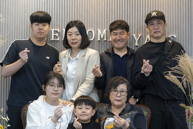 YTo1ODp7czo4OiJGaWxlTmFtZSI7czo0MDoiOTRlZTcyZWMtMGY3Ni00ZTlkLWFiZWUtZWQyOTgwZjBkMjVjLmpwZyI7czoxMjoiRmlsZURhdGVUaW1lIjtpOjE3NjIyNDU1Njc7czo4OiJGaWxlU2l6ZSI7aTo4ODg4NTI7czo4OiJGaWxlVHlwZSI7aToyO3M6ODoiTWltZVR5cGUiO3M6MTA6ImltYWdlL2pwZWciO3M6MTM6IlNlY3Rpb25zRm91bmQiO3M6MzA6IkFOWV9UQUcsIElGRDAsIFRIVU1CTkFJTCwgRVhJRiI7czo4OiJDT01QVVRFRCI7YTo5OntzOjQ6Imh0bWwiO3M6MjU6IndpZHRoPSIxMzQ1IiBoZWlnaHQ9Ijg5NyIiO3M6NjoiSGVpZ2h0IjtpOjg5NztzOjU6IldpZHRoIjtpOjEzNDU7czo3OiJJc0NvbG9yIjtpOjE7czoxNzoiQnl0ZU9yZGVyTW90b3JvbGEiO2k6MDtzOjE1OiJBcGVydHVyZUZOdW1iZXIiO3M6NToiZi8zLjIiO3M6OToiQ29weXJpZ2h0IjtzOjQ6IllBQkMiO3M6MTg6IlRodW1ibmFpbC5GaWxlVHlwZSI7aToyO3M6MTg6IlRodW1ibmFpbC5NaW1lVHlwZSI7czoxMDoiaW1hZ2UvanBlZyI7fXM6NDoiTWFrZSI7czo0OiJTT05ZIjtzOjU6Ik1vZGVsIjtzOjg6IklMQ0UtN000IjtzOjExOiJYUmVzb2x1dGlvbiI7czo1OiIyNDAvMSI7czoxMToiWVJlc29sdXRpb24iO3M6NToiMjQwLzEiO3M6MTQ6IlJlc29sdXRpb25Vbml0IjtpOjI7czo4OiJTb2Z0d2FyZSI7czo1MDoiQWRvYmUgUGhvdG9zaG9wIExpZ2h0cm9vbSBDbGFzc2ljIDE1LjAgKE1hY2ludG9zaCkiO3M6ODoiRGF0ZVRpbWUiO3M6MTk6IjIwMjU6MTE6MDQgMTQ6MDc6MTciO3M6NjoiQXJ0aXN0IjtzOjc6IllBQkNfU0ciO3M6OToiQ29weXJpZ2h0IjtzOjQ6IllBQkMiO3M6MTY6IkV4aWZfSUZEX1BvaW50ZXIiO2k6MjUyO3M6OToiVEhVTUJOQUlMIjthOjY6e3M6MTE6IkNvbXByZXNzaW9uIjtpOjY7czoxMToiWFJlc29sdXRpb24iO3M6NDoiNzIvMSI7czoxMToiWVJlc29sdXRpb24iO3M6NDoiNzIvMSI7czoxNDoiUmVzb2x1dGlvblVuaXQiO2k6MjtzOjIxOiJKUEVHSW50ZXJjaGFuZ2VGb3JtYXQiO2k6MTAzODtzOjI3OiJKUEVHSW50ZXJjaGFuZ2VGb3JtYXRMZW5ndGgiO2k6MTY4NTI7fXM6MTI6IkV4cG9zdXJlVGltZSI7czo0OiIxLzYwIjtzOjc6IkZOdW1iZXIiO3M6NToiMzIvMTAiO3M6MTU6IkV4cG9zdXJlUHJvZ3JhbSI7aToxO3M6MTU6IklTT1NwZWVkUmF0aW5ncyI7aTozMjA7czoxOToiVW5kZWZpbmVkVGFnOjB4ODgzMCI7aToyO3M6MTk6IlVuZGVmaW5lZFRhZzoweDg4MzIiO2k6MzIwO3M6MTE6IkV4aWZWZXJzaW9uIjtzOjQ6IjAyMzIiO3M6MTY6IkRhdGVUaW1lT3JpZ2luYWwiO3M6MTk6IjIwMjU6MTA6MjYgMTI6NTg6NTkiO3M6MTc6IkRhdGVUaW1lRGlnaXRpemVkIjtzOjE5OiIyMDI1OjEwOjI2IDEyOjU4OjU5IjtzOjE5OiJVbmRlZmluZWRUYWc6MHg5MDEwIjtzOjY6IiswOTowMCI7czoxOToiVW5kZWZpbmVkVGFnOjB4OTAxMSI7czo2OiIrMDk6MDAiO3M6MTk6IlVuZGVmaW5lZFRhZzoweDkwMTIiO3M6NjoiKzA5OjAwIjtzOjE3OiJTaHV0dGVyU3BlZWRWYWx1ZSI7czoxNToiNTkwNjg5MS8xMDAwMDAwIjtzOjEzOiJBcGVydHVyZVZhbHVlIjtzOjE1OiIzMzU2MTQ0LzEwMDAwMDAiO3M6MTU6IkJyaWdodG5lc3NWYWx1ZSI7czo5OiI0NDQ0LzI1NjAiO3M6MTc6IkV4cG9zdXJlQmlhc1ZhbHVlIjtzOjQ6IjAvMTAiO3M6MTY6Ik1heEFwZXJ0dXJlVmFsdWUiO3M6NzoiNzYwLzI1NiI7czoxMjoiTWV0ZXJpbmdNb2RlIjtpOjU7czoxMToiTGlnaHRTb3VyY2UiO2k6MDtzOjU6IkZsYXNoIjtpOjEzO3M6MTE6IkZvY2FsTGVuZ3RoIjtzOjY6IjYxMC8xMCI7czoxODoiU3ViU2VjVGltZU9yaWdpbmFsIjtzOjM6IjYwNCI7czoxOToiU3ViU2VjVGltZURpZ2l0aXplZCI7czozOiI2MDQiO3M6MTA6IkNvbG9yU3BhY2UiO2k6NjU1MzU7czoyMToiRm9jYWxQbGFuZVhSZXNvbHV0aW9uIjtzOjE0OiI2NDQ0OTMzOS8zMjc2OCI7czoyMToiRm9jYWxQbGFuZVlSZXNvbHV0aW9uIjtzOjE0OiI2NDQ0OTMzOS8zMjc2OCI7czoyNDoiRm9jYWxQbGFuZVJlc29sdXRpb25Vbml0IjtpOjM7czoxMDoiRmlsZVNvdXJjZSI7czoxOiIDIjtzOjk6IlNjZW5lVHlwZSI7czoxOiIBIjtzOjE0OiJDdXN0b21SZW5kZXJlZCI7aTowO3M6MTI6IkV4cG9zdXJlTW9kZSI7aToxO3M6MTI6IldoaXRlQmFsYW5jZSI7aToxO3M6MTY6IkRpZ2l0YWxab29tUmF0aW8iO3M6NToiMTYvMTYiO3M6MjE6IkZvY2FsTGVuZ3RoSW4zNW1tRmlsbSI7aTo2MTtzOjE2OiJTY2VuZUNhcHR1cmVUeXBlIjtpOjA7czo4OiJDb250cmFzdCI7aTowO3M6MTA6IlNhdHVyYXRpb24iO2k6MDtzOjk6IlNoYXJwbmVzcyI7aTowO3M6MTk6IlVuZGVmaW5lZFRhZzoweEE0MzIiO2E6NDp7aTowO3M6NjoiMjQwLzEwIjtpOjE7czo2OiI3MDAvMTAiO2k6MjtzOjU6IjI4LzEwIjtpOjM7czo1OiIyOC8xMCI7fXM6MTk6IlVuZGVmaW5lZFRhZzoweEE0MzQiO3M6MjE6IkZFIDI0LTcwbW0gRjIuOCBHTSBJSSI7fQ==