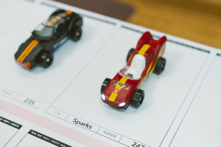 YTo1ODp7czo4OiJGaWxlTmFtZSI7czo0MDoiOTdkMDIxMjYtMTdjMS00YjU0LTkxOGQtN2ExODM0NDVkZjBlLmpwZyI7czoxMjoiRmlsZURhdGVUaW1lIjtpOjE3NjUwNzg3ODU7czo4OiJGaWxlU2l6ZSI7aToxMTIyNTc5O3M6ODoiRmlsZVR5cGUiO2k6MjtzOjg6Ik1pbWVUeXBlIjtzOjEwOiJpbWFnZS9qcGVnIjtzOjEzOiJTZWN0aW9uc0ZvdW5kIjtzOjMwOiJBTllfVEFHLCBJRkQwLCBUSFVNQk5BSUwsIEVYSUYiO3M6ODoiQ09NUFVURUQiO2E6OTp7czo0OiJodG1sIjtzOjI2OiJ3aWR0aD0iMTc1MiIgaGVpZ2h0PSIxMTY4IiI7czo2OiJIZWlnaHQiO2k6MTE2ODtzOjU6IldpZHRoIjtpOjE3NTI7czo3OiJJc0NvbG9yIjtpOjE7czoxNzoiQnl0ZU9yZGVyTW90b3JvbGEiO2k6MDtzOjE1OiJBcGVydHVyZUZOdW1iZXIiO3M6NToiZi8yLjgiO3M6OToiQ29weXJpZ2h0IjtzOjQ6IllBQkMiO3M6MTg6IlRodW1ibmFpbC5GaWxlVHlwZSI7aToyO3M6MTg6IlRodW1ibmFpbC5NaW1lVHlwZSI7czoxMDoiaW1hZ2UvanBlZyI7fXM6NDoiTWFrZSI7czo0OiJTT05ZIjtzOjU6Ik1vZGVsIjtzOjg6IklMQ0UtN000IjtzOjExOiJYUmVzb2x1dGlvbiI7czo1OiIyNDAvMSI7czoxMToiWVJlc29sdXRpb24iO3M6NToiMjQwLzEiO3M6MTQ6IlJlc29sdXRpb25Vbml0IjtpOjI7czo4OiJTb2Z0d2FyZSI7czo1MjoiQWRvYmUgUGhvdG9zaG9wIExpZ2h0cm9vbSBDbGFzc2ljIDE1LjAuMSAoTWFjaW50b3NoKSI7czo4OiJEYXRlVGltZSI7czoxOToiMjAyNToxMjowNyAxMjozNTo1NiI7czo2OiJBcnRpc3QiO3M6NzoiWUFCQ19TRyI7czo5OiJDb3B5cmlnaHQiO3M6NDoiWUFCQyI7czoxNjoiRXhpZl9JRkRfUG9pbnRlciI7aToyNTQ7czo5OiJUSFVNQk5BSUwiO2E6Njp7czoxMToiQ29tcHJlc3Npb24iO2k6NjtzOjExOiJYUmVzb2x1dGlvbiI7czo0OiI3Mi8xIjtzOjExOiJZUmVzb2x1dGlvbiI7czo0OiI3Mi8xIjtzOjE0OiJSZXNvbHV0aW9uVW5pdCI7aToyO3M6MjE6IkpQRUdJbnRlcmNoYW5nZUZvcm1hdCI7aToxMDQwO3M6Mjc6IkpQRUdJbnRlcmNoYW5nZUZvcm1hdExlbmd0aCI7aToxMDI3Njt9czoxMjoiRXhwb3N1cmVUaW1lIjtzOjU6IjEvMjUwIjtzOjc6IkZOdW1iZXIiO3M6NToiMjgvMTAiO3M6MTU6IkV4cG9zdXJlUHJvZ3JhbSI7aToxO3M6MTU6IklTT1NwZWVkUmF0aW5ncyI7aTo1MDA7czoxOToiVW5kZWZpbmVkVGFnOjB4ODgzMCI7aToyO3M6MTk6IlVuZGVmaW5lZFRhZzoweDg4MzIiO2k6NTAwO3M6MTE6IkV4aWZWZXJzaW9uIjtzOjQ6IjAyMzIiO3M6MTY6IkRhdGVUaW1lT3JpZ2luYWwiO3M6MTk6IjIwMjU6MTI6MDYgMDk6NTc6MjkiO3M6MTc6IkRhdGVUaW1lRGlnaXRpemVkIjtzOjE5OiIyMDI1OjEyOjA2IDA5OjU3OjI5IjtzOjE5OiJVbmRlZmluZWRUYWc6MHg5MDEwIjtzOjY6IiswOTowMCI7czoxOToiVW5kZWZpbmVkVGFnOjB4OTAxMSI7czo2OiIrMDk6MDAiO3M6MTk6IlVuZGVmaW5lZFRhZzoweDkwMTIiO3M6NjoiKzA5OjAwIjtzOjE3OiJTaHV0dGVyU3BlZWRWYWx1ZSI7czoxNToiNzk2NTc4NC8xMDAwMDAwIjtzOjEzOiJBcGVydHVyZVZhbHVlIjtzOjE1OiIyOTcwODU0LzEwMDAwMDAiO3M6MTU6IkJyaWdodG5lc3NWYWx1ZSI7czo5OiI5MDA0LzI1NjAiO3M6MTc6IkV4cG9zdXJlQmlhc1ZhbHVlIjtzOjQ6IjAvMTAiO3M6MTY6Ik1heEFwZXJ0dXJlVmFsdWUiO3M6NzoiNzYwLzI1NiI7czoxMjoiTWV0ZXJpbmdNb2RlIjtpOjU7czoxMToiTGlnaHRTb3VyY2UiO2k6MDtzOjU6IkZsYXNoIjtpOjEzO3M6MTE6IkZvY2FsTGVuZ3RoIjtzOjY6IjYzMC8xMCI7czoxODoiU3ViU2VjVGltZU9yaWdpbmFsIjtzOjM6IjEwNiI7czoxOToiU3ViU2VjVGltZURpZ2l0aXplZCI7czozOiIxMDYiO3M6MTA6IkNvbG9yU3BhY2UiO2k6NjU1MzU7czoyMToiRm9jYWxQbGFuZVhSZXNvbHV0aW9uIjtzOjE0OiI2NDQ0OTMzOS8zMjc2OCI7czoyMToiRm9jYWxQbGFuZVlSZXNvbHV0aW9uIjtzOjE0OiI2NDQ0OTMzOS8zMjc2OCI7czoyNDoiRm9jYWxQbGFuZVJlc29sdXRpb25Vbml0IjtpOjM7czoxMDoiRmlsZVNvdXJjZSI7czoxOiIDIjtzOjk6IlNjZW5lVHlwZSI7czoxOiIBIjtzOjE0OiJDdXN0b21SZW5kZXJlZCI7aTowO3M6MTI6IkV4cG9zdXJlTW9kZSI7aToxO3M6MTI6IldoaXRlQmFsYW5jZSI7aToxO3M6MTY6IkRpZ2l0YWxab29tUmF0aW8iO3M6NToiMTYvMTYiO3M6MjE6IkZvY2FsTGVuZ3RoSW4zNW1tRmlsbSI7aTo2MztzOjE2OiJTY2VuZUNhcHR1cmVUeXBlIjtpOjA7czo4OiJDb250cmFzdCI7aTowO3M6MTA6IlNhdHVyYXRpb24iO2k6MDtzOjk6IlNoYXJwbmVzcyI7aTowO3M6MTk6IlVuZGVmaW5lZFRhZzoweEE0MzIiO2E6NDp7aTowO3M6NjoiMjQwLzEwIjtpOjE7czo2OiI3MDAvMTAiO2k6MjtzOjU6IjI4LzEwIjtpOjM7czo1OiIyOC8xMCI7fXM6MTk6IlVuZGVmaW5lZFRhZzoweEE0MzQiO3M6MjE6IkZFIDI0LTcwbW0gRjIuOCBHTSBJSSI7fQ==