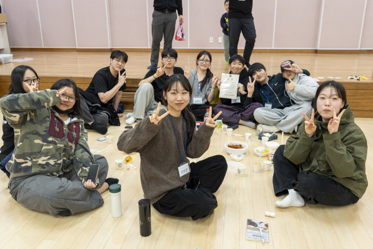 YTo1Njp7czo4OiJGaWxlTmFtZSI7czo0MDoiOTdkYWM4YmEtYWViMC00YTdkLThlNDYtNzBiODhmOGU2NjE5LmpwZyI7czoxMjoiRmlsZURhdGVUaW1lIjtpOjE3Njg0NTg5NjE7czo4OiJGaWxlU2l6ZSI7aToxNDY4MDM0O3M6ODoiRmlsZVR5cGUiO2k6MjtzOjg6Ik1pbWVUeXBlIjtzOjEwOiJpbWFnZS9qcGVnIjtzOjEzOiJTZWN0aW9uc0ZvdW5kIjtzOjMwOiJBTllfVEFHLCBJRkQwLCBUSFVNQk5BSUwsIEVYSUYiO3M6ODoiQ09NUFVURUQiO2E6ODp7czo0OiJodG1sIjtzOjI2OiJ3aWR0aD0iMTc1MiIgaGVpZ2h0PSIxMTY4IiI7czo2OiJIZWlnaHQiO2k6MTE2ODtzOjU6IldpZHRoIjtpOjE3NTI7czo3OiJJc0NvbG9yIjtpOjE7czoxNzoiQnl0ZU9yZGVyTW90b3JvbGEiO2k6MDtzOjE1OiJBcGVydHVyZUZOdW1iZXIiO3M6NToiZi81LjAiO3M6MTg6IlRodW1ibmFpbC5GaWxlVHlwZSI7aToyO3M6MTg6IlRodW1ibmFpbC5NaW1lVHlwZSI7czoxMDoiaW1hZ2UvanBlZyI7fXM6NDoiTWFrZSI7czo0OiJTT05ZIjtzOjU6Ik1vZGVsIjtzOjg6IklMQ0UtN000IjtzOjExOiJYUmVzb2x1dGlvbiI7czo1OiIyNDAvMSI7czoxMToiWVJlc29sdXRpb24iO3M6NToiMjQwLzEiO3M6MTQ6IlJlc29sdXRpb25Vbml0IjtpOjI7czo4OiJTb2Z0d2FyZSI7czo1MDoiQWRvYmUgUGhvdG9zaG9wIExpZ2h0cm9vbSBDbGFzc2ljIDE1LjEgKE1hY2ludG9zaCkiO3M6ODoiRGF0ZVRpbWUiO3M6MTk6IjIwMjY6MDE6MTUgMTU6MjI6MzMiO3M6MTY6IkV4aWZfSUZEX1BvaW50ZXIiO2k6MjE0O3M6OToiVEhVTUJOQUlMIjthOjY6e3M6MTE6IkNvbXByZXNzaW9uIjtpOjY7czoxMToiWFJlc29sdXRpb24iO3M6NDoiNzIvMSI7czoxMToiWVJlc29sdXRpb24iO3M6NDoiNzIvMSI7czoxNDoiUmVzb2x1dGlvblVuaXQiO2k6MjtzOjIxOiJKUEVHSW50ZXJjaGFuZ2VGb3JtYXQiO2k6MTAwMDtzOjI3OiJKUEVHSW50ZXJjaGFuZ2VGb3JtYXRMZW5ndGgiO2k6MTY5MTI7fXM6MTI6IkV4cG9zdXJlVGltZSI7czo0OiIxLzYwIjtzOjc6IkZOdW1iZXIiO3M6MzoiNS8xIjtzOjE1OiJFeHBvc3VyZVByb2dyYW0iO2k6MTtzOjE1OiJJU09TcGVlZFJhdGluZ3MiO2k6MTI1MDtzOjE5OiJVbmRlZmluZWRUYWc6MHg4ODMwIjtpOjI7czoxOToiVW5kZWZpbmVkVGFnOjB4ODgzMiI7aToxMjUwO3M6MTE6IkV4aWZWZXJzaW9uIjtzOjQ6IjAyMzIiO3M6MTY6IkRhdGVUaW1lT3JpZ2luYWwiO3M6MTk6IjIwMjY6MDE6MTEgMDE6MDc6NDQiO3M6MTc6IkRhdGVUaW1lRGlnaXRpemVkIjtzOjE5OiIyMDI2OjAxOjExIDAxOjA3OjQ0IjtzOjE5OiJVbmRlZmluZWRUYWc6MHg5MDEwIjtzOjY6IiswOTowMCI7czoxOToiVW5kZWZpbmVkVGFnOjB4OTAxMSI7czo2OiIrMTA6MDAiO3M6MTk6IlVuZGVmaW5lZFRhZzoweDkwMTIiO3M6NjoiKzEwOjAwIjtzOjE3OiJTaHV0dGVyU3BlZWRWYWx1ZSI7czoxNToiNTkwNjg5MS8xMDAwMDAwIjtzOjEzOiJBcGVydHVyZVZhbHVlIjtzOjE1OiI0NjQzODU2LzEwMDAwMDAiO3M6MTU6IkJyaWdodG5lc3NWYWx1ZSI7czo5OiI3NDA0LzI1NjAiO3M6MTc6IkV4cG9zdXJlQmlhc1ZhbHVlIjtzOjQ6IjAvMTAiO3M6MTY6Ik1heEFwZXJ0dXJlVmFsdWUiO3M6ODoiMTAyNC8yNTYiO3M6MTI6Ik1ldGVyaW5nTW9kZSI7aTo1O3M6MTE6IkxpZ2h0U291cmNlIjtpOjA7czo1OiJGbGFzaCI7aToxNjtzOjExOiJGb2NhbExlbmd0aCI7czo2OiIyOTAvMTAiO3M6MTg6IlN1YlNlY1RpbWVPcmlnaW5hbCI7czozOiIzMjUiO3M6MTk6IlN1YlNlY1RpbWVEaWdpdGl6ZWQiO3M6MzoiMzI1IjtzOjEwOiJDb2xvclNwYWNlIjtpOjY1NTM1O3M6MjE6IkZvY2FsUGxhbmVYUmVzb2x1dGlvbiI7czoxNDoiNjQ0NDkzMzkvMzI3NjgiO3M6MjE6IkZvY2FsUGxhbmVZUmVzb2x1dGlvbiI7czoxNDoiNjQ0NDkzMzkvMzI3NjgiO3M6MjQ6IkZvY2FsUGxhbmVSZXNvbHV0aW9uVW5pdCI7aTozO3M6MTA6IkZpbGVTb3VyY2UiO3M6MToiAyI7czo5OiJTY2VuZVR5cGUiO3M6MToiASI7czoxNDoiQ3VzdG9tUmVuZGVyZWQiO2k6MDtzOjEyOiJFeHBvc3VyZU1vZGUiO2k6MTtzOjEyOiJXaGl0ZUJhbGFuY2UiO2k6MDtzOjE2OiJEaWdpdGFsWm9vbVJhdGlvIjtzOjU6IjE2LzE2IjtzOjIxOiJGb2NhbExlbmd0aEluMzVtbUZpbG0iO2k6Mjk7czoxNjoiU2NlbmVDYXB0dXJlVHlwZSI7aTowO3M6ODoiQ29udHJhc3QiO2k6MTtzOjEwOiJTYXR1cmF0aW9uIjtpOjE7czo5OiJTaGFycG5lc3MiO2k6MDtzOjE5OiJVbmRlZmluZWRUYWc6MHhBNDMyIjthOjQ6e2k6MDtzOjY6IjI0MC8xMCI7aToxO3M6NzoiMTA1MC8xMCI7aToyO3M6NToiNDAvMTAiO2k6MztzOjU6IjQwLzEwIjt9czoxOToiVW5kZWZpbmVkVGFnOjB4QTQzNCI7czoyMDoiRkUgMjQtMTA1bW0gRjQgRyBPU1MiO30=