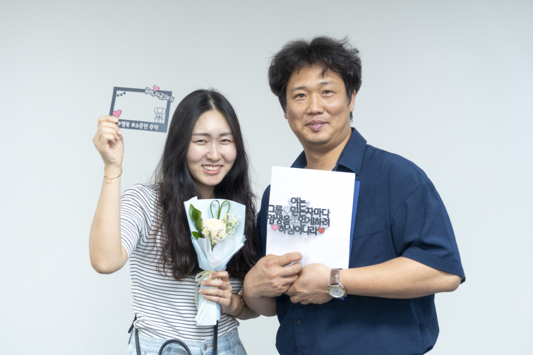 YTo1ODp7czo4OiJGaWxlTmFtZSI7czo0MDoiOTkxYWViNDMtZjBlMC00NTA2LTlkMTQtNzJjNzQ2ZmMzMmRlLmpwZyI7czoxMjoiRmlsZURhdGVUaW1lIjtpOjE3NDkzNjkwOTg7czo4OiJGaWxlU2l6ZSI7aTo5MDg2MzY7czo4OiJGaWxlVHlwZSI7aToyO3M6ODoiTWltZVR5cGUiO3M6MTA6ImltYWdlL2pwZWciO3M6MTM6IlNlY3Rpb25zRm91bmQiO3M6MzA6IkFOWV9UQUcsIElGRDAsIFRIVU1CTkFJTCwgRVhJRiI7czo4OiJDT01QVVRFRCI7YTo5OntzOjQ6Imh0bWwiO3M6MjY6IndpZHRoPSIxNTI3IiBoZWlnaHQ9IjEwMTgiIjtzOjY6IkhlaWdodCI7aToxMDE4O3M6NToiV2lkdGgiO2k6MTUyNztzOjc6IklzQ29sb3IiO2k6MTtzOjE3OiJCeXRlT3JkZXJNb3Rvcm9sYSI7aTowO3M6MTU6IkFwZXJ0dXJlRk51bWJlciI7czo1OiJmLzIuOCI7czo5OiJDb3B5cmlnaHQiO3M6NDoiWUFCQyI7czoxODoiVGh1bWJuYWlsLkZpbGVUeXBlIjtpOjI7czoxODoiVGh1bWJuYWlsLk1pbWVUeXBlIjtzOjEwOiJpbWFnZS9qcGVnIjt9czo0OiJNYWtlIjtzOjQ6IlNPTlkiO3M6NToiTW9kZWwiO3M6ODoiSUxDRS03TTQiO3M6MTE6IlhSZXNvbHV0aW9uIjtzOjU6IjI0MC8xIjtzOjExOiJZUmVzb2x1dGlvbiI7czo1OiIyNDAvMSI7czoxNDoiUmVzb2x1dGlvblVuaXQiO2k6MjtzOjg6IlNvZnR3YXJlIjtzOjUyOiJBZG9iZSBQaG90b3Nob3AgTGlnaHRyb29tIENsYXNzaWMgMTQuMy4xIChNYWNpbnRvc2gpIjtzOjg6IkRhdGVUaW1lIjtzOjE5OiIyMDI1OjA2OjA4IDE2OjIzOjM1IjtzOjY6IkFydGlzdCI7czo3OiJZQUJDX1NHIjtzOjk6IkNvcHlyaWdodCI7czo0OiJZQUJDIjtzOjE2OiJFeGlmX0lGRF9Qb2ludGVyIjtpOjI1NDtzOjk6IlRIVU1CTkFJTCI7YTo2OntzOjExOiJDb21wcmVzc2lvbiI7aTo2O3M6MTE6IlhSZXNvbHV0aW9uIjtzOjQ6IjcyLzEiO3M6MTE6IllSZXNvbHV0aW9uIjtzOjQ6IjcyLzEiO3M6MTQ6IlJlc29sdXRpb25Vbml0IjtpOjI7czoyMToiSlBFR0ludGVyY2hhbmdlRm9ybWF0IjtpOjEwNDA7czoyNzoiSlBFR0ludGVyY2hhbmdlRm9ybWF0TGVuZ3RoIjtpOjEwNTA0O31zOjEyOiJFeHBvc3VyZVRpbWUiO3M6NDoiMS82MCI7czo3OiJGTnVtYmVyIjtzOjU6IjI4LzEwIjtzOjE1OiJFeHBvc3VyZVByb2dyYW0iO2k6MTtzOjE1OiJJU09TcGVlZFJhdGluZ3MiO2k6MTI1O3M6MTk6IlVuZGVmaW5lZFRhZzoweDg4MzAiO2k6MjtzOjE5OiJVbmRlZmluZWRUYWc6MHg4ODMyIjtpOjEyNTtzOjExOiJFeGlmVmVyc2lvbiI7czo0OiIwMjMyIjtzOjE2OiJEYXRlVGltZU9yaWdpbmFsIjtzOjE5OiIyMDI1OjA2OjA4IDE1OjQzOjM0IjtzOjE3OiJEYXRlVGltZURpZ2l0aXplZCI7czoxOToiMjAyNTowNjowOCAxNTo0MzozNCI7czoxOToiVW5kZWZpbmVkVGFnOjB4OTAxMCI7czo2OiIrMDk6MDAiO3M6MTk6IlVuZGVmaW5lZFRhZzoweDkwMTEiO3M6NjoiKzA5OjAwIjtzOjE5OiJVbmRlZmluZWRUYWc6MHg5MDEyIjtzOjY6IiswOTowMCI7czoxNzoiU2h1dHRlclNwZWVkVmFsdWUiO3M6MTU6IjU5MDY4OTEvMTAwMDAwMCI7czoxMzoiQXBlcnR1cmVWYWx1ZSI7czoxNToiMjk3MDg1NC8xMDAwMDAwIjtzOjE1OiJCcmlnaHRuZXNzVmFsdWUiO3M6OToiODk3NC8yNTYwIjtzOjE3OiJFeHBvc3VyZUJpYXNWYWx1ZSI7czo0OiIwLzEwIjtzOjE2OiJNYXhBcGVydHVyZVZhbHVlIjtzOjc6Ijc2MC8yNTYiO3M6MTI6Ik1ldGVyaW5nTW9kZSI7aTo1O3M6MTE6IkxpZ2h0U291cmNlIjtpOjA7czo1OiJGbGFzaCI7aToxMztzOjExOiJGb2NhbExlbmd0aCI7czo2OiI0OTAvMTAiO3M6MTg6IlN1YlNlY1RpbWVPcmlnaW5hbCI7czozOiI4NjYiO3M6MTk6IlN1YlNlY1RpbWVEaWdpdGl6ZWQiO3M6MzoiODY2IjtzOjEwOiJDb2xvclNwYWNlIjtpOjY1NTM1O3M6MjE6IkZvY2FsUGxhbmVYUmVzb2x1dGlvbiI7czoxNDoiNjQ0NDkzMzkvMzI3NjgiO3M6MjE6IkZvY2FsUGxhbmVZUmVzb2x1dGlvbiI7czoxNDoiNjQ0NDkzMzkvMzI3NjgiO3M6MjQ6IkZvY2FsUGxhbmVSZXNvbHV0aW9uVW5pdCI7aTozO3M6MTA6IkZpbGVTb3VyY2UiO3M6MToiAyI7czo5OiJTY2VuZVR5cGUiO3M6MToiASI7czoxNDoiQ3VzdG9tUmVuZGVyZWQiO2k6MDtzOjEyOiJFeHBvc3VyZU1vZGUiO2k6MTtzOjEyOiJXaGl0ZUJhbGFuY2UiO2k6MTtzOjE2OiJEaWdpdGFsWm9vbVJhdGlvIjtzOjU6IjE2LzE2IjtzOjIxOiJGb2NhbExlbmd0aEluMzVtbUZpbG0iO2k6NDk7czoxNjoiU2NlbmVDYXB0dXJlVHlwZSI7aTowO3M6ODoiQ29udHJhc3QiO2k6MDtzOjEwOiJTYXR1cmF0aW9uIjtpOjA7czo5OiJTaGFycG5lc3MiO2k6MDtzOjE5OiJVbmRlZmluZWRUYWc6MHhBNDMyIjthOjQ6e2k6MDtzOjY6IjI0MC8xMCI7aToxO3M6NjoiNzAwLzEwIjtpOjI7czo1OiIyOC8xMCI7aTozO3M6NToiMjgvMTAiO31zOjE5OiJVbmRlZmluZWRUYWc6MHhBNDM0IjtzOjIxOiJGRSAyNC03MG1tIEYyLjggR00gSUkiO30=