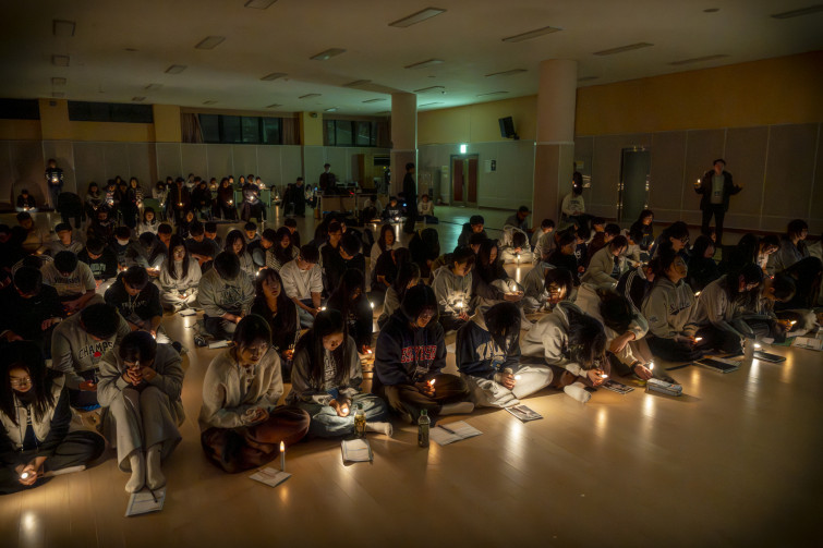 YTo1ODp7czo4OiJGaWxlTmFtZSI7czo0MDoiOTljZTcyODUtNDc4OS00NzlkLWEzYjctYmVkZjZlZmU5MDZmLmpwZyI7czoxMjoiRmlsZURhdGVUaW1lIjtpOjE3NzA3MDQ0MTI7czo4OiJGaWxlU2l6ZSI7aToxNTEwMjAwO3M6ODoiRmlsZVR5cGUiO2k6MjtzOjg6Ik1pbWVUeXBlIjtzOjEwOiJpbWFnZS9qcGVnIjtzOjEzOiJTZWN0aW9uc0ZvdW5kIjtzOjMwOiJBTllfVEFHLCBJRkQwLCBUSFVNQk5BSUwsIEVYSUYiO3M6ODoiQ09NUFVURUQiO2E6OTp7czo0OiJodG1sIjtzOjI2OiJ3aWR0aD0iMTcyOCIgaGVpZ2h0PSIxMTUyIiI7czo2OiJIZWlnaHQiO2k6MTE1MjtzOjU6IldpZHRoIjtpOjE3Mjg7czo3OiJJc0NvbG9yIjtpOjE7czoxNzoiQnl0ZU9yZGVyTW90b3JvbGEiO2k6MDtzOjE1OiJBcGVydHVyZUZOdW1iZXIiO3M6NToiZi8yLjgiO3M6OToiQ29weXJpZ2h0IjtzOjQ6IllBQkMiO3M6MTg6IlRodW1ibmFpbC5GaWxlVHlwZSI7aToyO3M6MTg6IlRodW1ibmFpbC5NaW1lVHlwZSI7czoxMDoiaW1hZ2UvanBlZyI7fXM6NDoiTWFrZSI7czo0OiJTT05ZIjtzOjU6Ik1vZGVsIjtzOjg6IklMQ0UtN000IjtzOjExOiJYUmVzb2x1dGlvbiI7czo1OiIyNDAvMSI7czoxMToiWVJlc29sdXRpb24iO3M6NToiMjQwLzEiO3M6MTQ6IlJlc29sdXRpb25Vbml0IjtpOjI7czo4OiJTb2Z0d2FyZSI7czo1MjoiQWRvYmUgUGhvdG9zaG9wIExpZ2h0cm9vbSBDbGFzc2ljIDE1LjEuMSAoTWFjaW50b3NoKSI7czo4OiJEYXRlVGltZSI7czoxOToiMjAyNjowMjoxMCAxNDo1Mzo0NiI7czo2OiJBcnRpc3QiO3M6NzoiWUFCQ19TRyI7czo5OiJDb3B5cmlnaHQiO3M6NDoiWUFCQyI7czoxNjoiRXhpZl9JRkRfUG9pbnRlciI7aToyNTQ7czo5OiJUSFVNQk5BSUwiO2E6Njp7czoxMToiQ29tcHJlc3Npb24iO2k6NjtzOjExOiJYUmVzb2x1dGlvbiI7czo0OiI3Mi8xIjtzOjExOiJZUmVzb2x1dGlvbiI7czo0OiI3Mi8xIjtzOjE0OiJSZXNvbHV0aW9uVW5pdCI7aToyO3M6MjE6IkpQRUdJbnRlcmNoYW5nZUZvcm1hdCI7aToxMDQwO3M6Mjc6IkpQRUdJbnRlcmNoYW5nZUZvcm1hdExlbmd0aCI7aToxNDgxNDt9czoxMjoiRXhwb3N1cmVUaW1lIjtzOjQ6IjEvNjAiO3M6NzoiRk51bWJlciI7czo1OiIyOC8xMCI7czoxNToiRXhwb3N1cmVQcm9ncmFtIjtpOjE7czoxNToiSVNPU3BlZWRSYXRpbmdzIjtpOjY0MDA7czoxOToiVW5kZWZpbmVkVGFnOjB4ODgzMCI7aToyO3M6MTk6IlVuZGVmaW5lZFRhZzoweDg4MzIiO2k6NjQwMDtzOjExOiJFeGlmVmVyc2lvbiI7czo0OiIwMjMyIjtzOjE2OiJEYXRlVGltZU9yaWdpbmFsIjtzOjE5OiIyMDI2OjAyOjA4IDIxOjAxOjEyIjtzOjE3OiJEYXRlVGltZURpZ2l0aXplZCI7czoxOToiMjAyNjowMjowOCAyMTowMToxMiI7czoxOToiVW5kZWZpbmVkVGFnOjB4OTAxMCI7czo2OiIrMDk6MDAiO3M6MTk6IlVuZGVmaW5lZFRhZzoweDkwMTEiO3M6NjoiKzA5OjAwIjtzOjE5OiJVbmRlZmluZWRUYWc6MHg5MDEyIjtzOjY6IiswOTowMCI7czoxNzoiU2h1dHRlclNwZWVkVmFsdWUiO3M6MTU6IjU5MDY4OTEvMTAwMDAwMCI7czoxMzoiQXBlcnR1cmVWYWx1ZSI7czoxNToiMjk3MDg1NC8xMDAwMDAwIjtzOjE1OiJCcmlnaHRuZXNzVmFsdWUiO3M6MTE6Ii0xMjIxNi8yNTYwIjtzOjE3OiJFeHBvc3VyZUJpYXNWYWx1ZSI7czo0OiIwLzEwIjtzOjE2OiJNYXhBcGVydHVyZVZhbHVlIjtzOjc6Ijc2MC8yNTYiO3M6MTI6Ik1ldGVyaW5nTW9kZSI7aTo1O3M6MTE6IkxpZ2h0U291cmNlIjtpOjA7czo1OiJGbGFzaCI7aToxNjtzOjExOiJGb2NhbExlbmd0aCI7czo2OiIyNTAvMTAiO3M6MTg6IlN1YlNlY1RpbWVPcmlnaW5hbCI7czozOiI4NjAiO3M6MTk6IlN1YlNlY1RpbWVEaWdpdGl6ZWQiO3M6MzoiODYwIjtzOjEwOiJDb2xvclNwYWNlIjtpOjY1NTM1O3M6MjE6IkZvY2FsUGxhbmVYUmVzb2x1dGlvbiI7czoxNDoiNjQ0NDkzMzkvMzI3NjgiO3M6MjE6IkZvY2FsUGxhbmVZUmVzb2x1dGlvbiI7czoxNDoiNjQ0NDkzMzkvMzI3NjgiO3M6MjQ6IkZvY2FsUGxhbmVSZXNvbHV0aW9uVW5pdCI7aTozO3M6MTA6IkZpbGVTb3VyY2UiO3M6MToiAyI7czo5OiJTY2VuZVR5cGUiO3M6MToiASI7czoxNDoiQ3VzdG9tUmVuZGVyZWQiO2k6MDtzOjEyOiJFeHBvc3VyZU1vZGUiO2k6MTtzOjEyOiJXaGl0ZUJhbGFuY2UiO2k6MDtzOjE2OiJEaWdpdGFsWm9vbVJhdGlvIjtzOjU6IjE2LzE2IjtzOjIxOiJGb2NhbExlbmd0aEluMzVtbUZpbG0iO2k6MjU7czoxNjoiU2NlbmVDYXB0dXJlVHlwZSI7aTowO3M6ODoiQ29udHJhc3QiO2k6MDtzOjEwOiJTYXR1cmF0aW9uIjtpOjA7czo5OiJTaGFycG5lc3MiO2k6MDtzOjE5OiJVbmRlZmluZWRUYWc6MHhBNDMyIjthOjQ6e2k6MDtzOjY6IjE2MC8xMCI7aToxO3M6NjoiMzUwLzEwIjtpOjI7czo1OiIyOC8xMCI7aTozO3M6NToiMjgvMTAiO31zOjE5OiJVbmRlZmluZWRUYWc6MHhBNDM0IjtzOjIxOiJGRSAxNi0zNW1tIEYyLjggR00gSUkiO30=