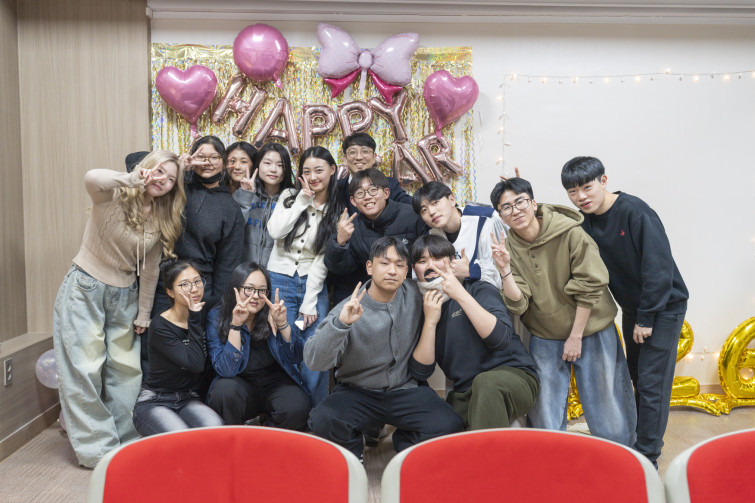 YTo1ODp7czo4OiJGaWxlTmFtZSI7czo0MDoiOTlkODY0OTItNDFiMy00Y2VkLTlhODUtNzUxMGZiZDI3MTc4LmpwZyI7czoxMjoiRmlsZURhdGVUaW1lIjtpOjE3NjczMzM2MjU7czo4OiJGaWxlU2l6ZSI7aToxNTg5NTk1O3M6ODoiRmlsZVR5cGUiO2k6MjtzOjg6Ik1pbWVUeXBlIjtzOjEwOiJpbWFnZS9qcGVnIjtzOjEzOiJTZWN0aW9uc0ZvdW5kIjtzOjMwOiJBTllfVEFHLCBJRkQwLCBUSFVNQk5BSUwsIEVYSUYiO3M6ODoiQ09NUFVURUQiO2E6OTp7czo0OiJodG1sIjtzOjI2OiJ3aWR0aD0iMTc1MiIgaGVpZ2h0PSIxMTY4IiI7czo2OiJIZWlnaHQiO2k6MTE2ODtzOjU6IldpZHRoIjtpOjE3NTI7czo3OiJJc0NvbG9yIjtpOjE7czoxNzoiQnl0ZU9yZGVyTW90b3JvbGEiO2k6MDtzOjE1OiJBcGVydHVyZUZOdW1iZXIiO3M6NToiZi80LjAiO3M6OToiQ29weXJpZ2h0IjtzOjQ6IllBQkMiO3M6MTg6IlRodW1ibmFpbC5GaWxlVHlwZSI7aToyO3M6MTg6IlRodW1ibmFpbC5NaW1lVHlwZSI7czoxMDoiaW1hZ2UvanBlZyI7fXM6NDoiTWFrZSI7czo0OiJTT05ZIjtzOjU6Ik1vZGVsIjtzOjg6IklMQ0UtN000IjtzOjExOiJYUmVzb2x1dGlvbiI7czo1OiIyNDAvMSI7czoxMToiWVJlc29sdXRpb24iO3M6NToiMjQwLzEiO3M6MTQ6IlJlc29sdXRpb25Vbml0IjtpOjI7czo4OiJTb2Z0d2FyZSI7czo1MDoiQWRvYmUgUGhvdG9zaG9wIExpZ2h0cm9vbSBDbGFzc2ljIDE1LjEgKE1hY2ludG9zaCkiO3M6ODoiRGF0ZVRpbWUiO3M6MTk6IjIwMjY6MDE6MDIgMTQ6NTU6NTQiO3M6NjoiQXJ0aXN0IjtzOjc6IllBQkNfU0ciO3M6OToiQ29weXJpZ2h0IjtzOjQ6IllBQkMiO3M6MTY6IkV4aWZfSUZEX1BvaW50ZXIiO2k6MjUyO3M6OToiVEhVTUJOQUlMIjthOjY6e3M6MTE6IkNvbXByZXNzaW9uIjtpOjY7czoxMToiWFJlc29sdXRpb24iO3M6NDoiNzIvMSI7czoxMToiWVJlc29sdXRpb24iO3M6NDoiNzIvMSI7czoxNDoiUmVzb2x1dGlvblVuaXQiO2k6MjtzOjIxOiJKUEVHSW50ZXJjaGFuZ2VGb3JtYXQiO2k6MTAzODtzOjI3OiJKUEVHSW50ZXJjaGFuZ2VGb3JtYXRMZW5ndGgiO2k6MTY2NDg7fXM6MTI6IkV4cG9zdXJlVGltZSI7czo0OiIxLzYwIjtzOjc6IkZOdW1iZXIiO3M6MzoiNC8xIjtzOjE1OiJFeHBvc3VyZVByb2dyYW0iO2k6MTtzOjE1OiJJU09TcGVlZFJhdGluZ3MiO2k6MjUwO3M6MTk6IlVuZGVmaW5lZFRhZzoweDg4MzAiO2k6MjtzOjE5OiJVbmRlZmluZWRUYWc6MHg4ODMyIjtpOjI1MDtzOjExOiJFeGlmVmVyc2lvbiI7czo0OiIwMjMyIjtzOjE2OiJEYXRlVGltZU9yaWdpbmFsIjtzOjE5OiIyMDI1OjEyOjMxIDIwOjUwOjQyIjtzOjE3OiJEYXRlVGltZURpZ2l0aXplZCI7czoxOToiMjAyNToxMjozMSAyMDo1MDo0MiI7czoxOToiVW5kZWZpbmVkVGFnOjB4OTAxMCI7czo2OiIrMDk6MDAiO3M6MTk6IlVuZGVmaW5lZFRhZzoweDkwMTEiO3M6NjoiKzA5OjAwIjtzOjE5OiJVbmRlZmluZWRUYWc6MHg5MDEyIjtzOjY6IiswOTowMCI7czoxNzoiU2h1dHRlclNwZWVkVmFsdWUiO3M6MTU6IjU5MDY4OTEvMTAwMDAwMCI7czoxMzoiQXBlcnR1cmVWYWx1ZSI7czozOiI0LzEiO3M6MTU6IkJyaWdodG5lc3NWYWx1ZSI7czo5OiI0Mjk0LzI1NjAiO3M6MTc6IkV4cG9zdXJlQmlhc1ZhbHVlIjtzOjQ6IjAvMTAiO3M6MTY6Ik1heEFwZXJ0dXJlVmFsdWUiO3M6NzoiNzYwLzI1NiI7czoxMjoiTWV0ZXJpbmdNb2RlIjtpOjU7czoxMToiTGlnaHRTb3VyY2UiO2k6MDtzOjU6IkZsYXNoIjtpOjE2O3M6MTE6IkZvY2FsTGVuZ3RoIjtzOjY6IjMzMC8xMCI7czoxODoiU3ViU2VjVGltZU9yaWdpbmFsIjtzOjM6IjMzOSI7czoxOToiU3ViU2VjVGltZURpZ2l0aXplZCI7czozOiIzMzkiO3M6MTA6IkNvbG9yU3BhY2UiO2k6NjU1MzU7czoyMToiRm9jYWxQbGFuZVhSZXNvbHV0aW9uIjtzOjE0OiI2NDQ0OTMzOS8zMjc2OCI7czoyMToiRm9jYWxQbGFuZVlSZXNvbHV0aW9uIjtzOjE0OiI2NDQ0OTMzOS8zMjc2OCI7czoyNDoiRm9jYWxQbGFuZVJlc29sdXRpb25Vbml0IjtpOjM7czoxMDoiRmlsZVNvdXJjZSI7czoxOiIDIjtzOjk6IlNjZW5lVHlwZSI7czoxOiIBIjtzOjE0OiJDdXN0b21SZW5kZXJlZCI7aTowO3M6MTI6IkV4cG9zdXJlTW9kZSI7aToxO3M6MTI6IldoaXRlQmFsYW5jZSI7aTowO3M6MTY6IkRpZ2l0YWxab29tUmF0aW8iO3M6NToiMTYvMTYiO3M6MjE6IkZvY2FsTGVuZ3RoSW4zNW1tRmlsbSI7aTozMztzOjE2OiJTY2VuZUNhcHR1cmVUeXBlIjtpOjA7czo4OiJDb250cmFzdCI7aTowO3M6MTA6IlNhdHVyYXRpb24iO2k6MDtzOjk6IlNoYXJwbmVzcyI7aTowO3M6MTk6IlVuZGVmaW5lZFRhZzoweEE0MzIiO2E6NDp7aTowO3M6NjoiMjQwLzEwIjtpOjE7czo2OiI3MDAvMTAiO2k6MjtzOjU6IjI4LzEwIjtpOjM7czo1OiIyOC8xMCI7fXM6MTk6IlVuZGVmaW5lZFRhZzoweEE0MzQiO3M6MjE6IkZFIDI0LTcwbW0gRjIuOCBHTSBJSSI7fQ==