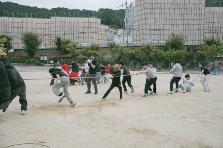 YTo1ODp7czo4OiJGaWxlTmFtZSI7czo0MDoiOWJhODYyNzUtMmIwYi00OWMzLTlhMjUtYWNjNThkZDM3MzhlLmpwZyI7czoxMjoiRmlsZURhdGVUaW1lIjtpOjE3NjA1MTQyNzI7czo4OiJGaWxlU2l6ZSI7aToxNTk4OTE5O3M6ODoiRmlsZVR5cGUiO2k6MjtzOjg6Ik1pbWVUeXBlIjtzOjEwOiJpbWFnZS9qcGVnIjtzOjEzOiJTZWN0aW9uc0ZvdW5kIjtzOjMwOiJBTllfVEFHLCBJRkQwLCBUSFVNQk5BSUwsIEVYSUYiO3M6ODoiQ09NUFVURUQiO2E6OTp7czo0OiJodG1sIjtzOjI2OiJ3aWR0aD0iMTc1MiIgaGVpZ2h0PSIxMTY4IiI7czo2OiJIZWlnaHQiO2k6MTE2ODtzOjU6IldpZHRoIjtpOjE3NTI7czo3OiJJc0NvbG9yIjtpOjE7czoxNzoiQnl0ZU9yZGVyTW90b3JvbGEiO2k6MDtzOjE1OiJBcGVydHVyZUZOdW1iZXIiO3M6NToiZi8yLjgiO3M6OToiQ29weXJpZ2h0IjtzOjQ6IllBQkMiO3M6MTg6IlRodW1ibmFpbC5GaWxlVHlwZSI7aToyO3M6MTg6IlRodW1ibmFpbC5NaW1lVHlwZSI7czoxMDoiaW1hZ2UvanBlZyI7fXM6NDoiTWFrZSI7czo0OiJTT05ZIjtzOjU6Ik1vZGVsIjtzOjg6IklMQ0UtN000IjtzOjExOiJYUmVzb2x1dGlvbiI7czo1OiIyNDAvMSI7czoxMToiWVJlc29sdXRpb24iO3M6NToiMjQwLzEiO3M6MTQ6IlJlc29sdXRpb25Vbml0IjtpOjI7czo4OiJTb2Z0d2FyZSI7czo1MjoiQWRvYmUgUGhvdG9zaG9wIExpZ2h0cm9vbSBDbGFzc2ljIDE0LjUuMSAoTWFjaW50b3NoKSI7czo4OiJEYXRlVGltZSI7czoxOToiMjAyNToxMDoxMyAxMzozMjozMCI7czo2OiJBcnRpc3QiO3M6NzoiWUFCQ19TRyI7czo5OiJDb3B5cmlnaHQiO3M6NDoiWUFCQyI7czoxNjoiRXhpZl9JRkRfUG9pbnRlciI7aToyNTQ7czo5OiJUSFVNQk5BSUwiO2E6Njp7czoxMToiQ29tcHJlc3Npb24iO2k6NjtzOjExOiJYUmVzb2x1dGlvbiI7czo0OiI3Mi8xIjtzOjExOiJZUmVzb2x1dGlvbiI7czo0OiI3Mi8xIjtzOjE0OiJSZXNvbHV0aW9uVW5pdCI7aToyO3M6MjE6IkpQRUdJbnRlcmNoYW5nZUZvcm1hdCI7aToxMDQwO3M6Mjc6IkpQRUdJbnRlcmNoYW5nZUZvcm1hdExlbmd0aCI7aToxNDAyNzt9czoxMjoiRXhwb3N1cmVUaW1lIjtzOjU6IjEvNDAwIjtzOjc6IkZOdW1iZXIiO3M6NToiMjgvMTAiO3M6MTU6IkV4cG9zdXJlUHJvZ3JhbSI7aToxO3M6MTU6IklTT1NwZWVkUmF0aW5ncyI7aToyMDA7czoxOToiVW5kZWZpbmVkVGFnOjB4ODgzMCI7aToyO3M6MTk6IlVuZGVmaW5lZFRhZzoweDg4MzIiO2k6MjAwO3M6MTE6IkV4aWZWZXJzaW9uIjtzOjQ6IjAyMzIiO3M6MTY6IkRhdGVUaW1lT3JpZ2luYWwiO3M6MTk6IjIwMjU6MTA6MTIgMTQ6NDc6NDQiO3M6MTc6IkRhdGVUaW1lRGlnaXRpemVkIjtzOjE5OiIyMDI1OjEwOjEyIDE0OjQ3OjQ0IjtzOjE5OiJVbmRlZmluZWRUYWc6MHg5MDEwIjtzOjY6IiswOTowMCI7czoxOToiVW5kZWZpbmVkVGFnOjB4OTAxMSI7czo2OiIrMDk6MDAiO3M6MTk6IlVuZGVmaW5lZFRhZzoweDkwMTIiO3M6NjoiKzA5OjAwIjtzOjE3OiJTaHV0dGVyU3BlZWRWYWx1ZSI7czoxNToiODY0Mzg1Ni8xMDAwMDAwIjtzOjEzOiJBcGVydHVyZVZhbHVlIjtzOjE1OiIyOTcwODU0LzEwMDAwMDAiO3M6MTU6IkJyaWdodG5lc3NWYWx1ZSI7czoxMDoiMTg1NDQvMjU2MCI7czoxNzoiRXhwb3N1cmVCaWFzVmFsdWUiO3M6NDoiMC8xMCI7czoxNjoiTWF4QXBlcnR1cmVWYWx1ZSI7czo3OiI3NjAvMjU2IjtzOjEyOiJNZXRlcmluZ01vZGUiO2k6NTtzOjExOiJMaWdodFNvdXJjZSI7aTowO3M6NToiRmxhc2giO2k6MTY7czoxMToiRm9jYWxMZW5ndGgiO3M6NjoiMzUwLzEwIjtzOjE4OiJTdWJTZWNUaW1lT3JpZ2luYWwiO3M6MzoiNDIwIjtzOjE5OiJTdWJTZWNUaW1lRGlnaXRpemVkIjtzOjM6IjQyMCI7czoxMDoiQ29sb3JTcGFjZSI7aTo2NTUzNTtzOjIxOiJGb2NhbFBsYW5lWFJlc29sdXRpb24iO3M6MTQ6IjY0NDQ5MzM5LzMyNzY4IjtzOjIxOiJGb2NhbFBsYW5lWVJlc29sdXRpb24iO3M6MTQ6IjY0NDQ5MzM5LzMyNzY4IjtzOjI0OiJGb2NhbFBsYW5lUmVzb2x1dGlvblVuaXQiO2k6MztzOjEwOiJGaWxlU291cmNlIjtzOjE6IgMiO3M6OToiU2NlbmVUeXBlIjtzOjE6IgEiO3M6MTQ6IkN1c3RvbVJlbmRlcmVkIjtpOjA7czoxMjoiRXhwb3N1cmVNb2RlIjtpOjE7czoxMjoiV2hpdGVCYWxhbmNlIjtpOjE7czoxNjoiRGlnaXRhbFpvb21SYXRpbyI7czo1OiIxNi8xNiI7czoyMToiRm9jYWxMZW5ndGhJbjM1bW1GaWxtIjtpOjM1O3M6MTY6IlNjZW5lQ2FwdHVyZVR5cGUiO2k6MDtzOjg6IkNvbnRyYXN0IjtpOjA7czoxMDoiU2F0dXJhdGlvbiI7aTowO3M6OToiU2hhcnBuZXNzIjtpOjA7czoxOToiVW5kZWZpbmVkVGFnOjB4QTQzMiI7YTo0OntpOjA7czo2OiIyNDAvMTAiO2k6MTtzOjY6IjcwMC8xMCI7aToyO3M6NToiMjgvMTAiO2k6MztzOjU6IjI4LzEwIjt9czoxOToiVW5kZWZpbmVkVGFnOjB4QTQzNCI7czoyMToiRkUgMjQtNzBtbSBGMi44IEdNIElJIjt9