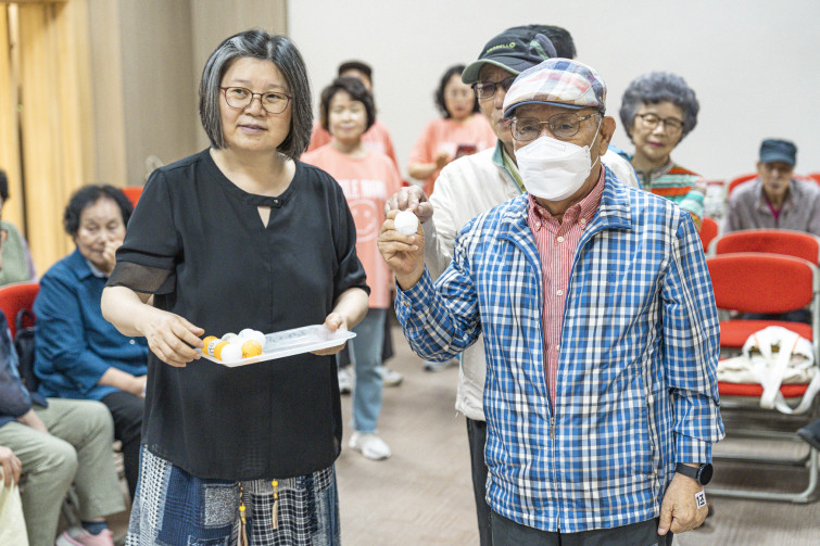 YTo1ODp7czo4OiJGaWxlTmFtZSI7czo0MDoiOWM5ZjIyNmYtNGYzMS00MmU0LWI0YTUtNmY4ZmI4YmExZDIxLmpwZyI7czoxMjoiRmlsZURhdGVUaW1lIjtpOjE3NDg1ODU0NTY7czo4OiJGaWxlU2l6ZSI7aToyNzQ2ODczO3M6ODoiRmlsZVR5cGUiO2k6MjtzOjg6Ik1pbWVUeXBlIjtzOjEwOiJpbWFnZS9qcGVnIjtzOjEzOiJTZWN0aW9uc0ZvdW5kIjtzOjMwOiJBTllfVEFHLCBJRkQwLCBUSFVNQk5BSUwsIEVYSUYiO3M6ODoiQ09NUFVURUQiO2E6OTp7czo0OiJodG1sIjtzOjI2OiJ3aWR0aD0iMTc0NSIgaGVpZ2h0PSIxMTYzIiI7czo2OiJIZWlnaHQiO2k6MTE2MztzOjU6IldpZHRoIjtpOjE3NDU7czo3OiJJc0NvbG9yIjtpOjE7czoxNzoiQnl0ZU9yZGVyTW90b3JvbGEiO2k6MDtzOjE1OiJBcGVydHVyZUZOdW1iZXIiO3M6NToiZi8yLjgiO3M6OToiQ29weXJpZ2h0IjtzOjQ6IllBQkMiO3M6MTg6IlRodW1ibmFpbC5GaWxlVHlwZSI7aToyO3M6MTg6IlRodW1ibmFpbC5NaW1lVHlwZSI7czoxMDoiaW1hZ2UvanBlZyI7fXM6NDoiTWFrZSI7czo0OiJTT05ZIjtzOjU6Ik1vZGVsIjtzOjg6IklMQ0UtN000IjtzOjExOiJYUmVzb2x1dGlvbiI7czo1OiIyNDAvMSI7czoxMToiWVJlc29sdXRpb24iO3M6NToiMjQwLzEiO3M6MTQ6IlJlc29sdXRpb25Vbml0IjtpOjI7czo4OiJTb2Z0d2FyZSI7czo1MjoiQWRvYmUgUGhvdG9zaG9wIExpZ2h0cm9vbSBDbGFzc2ljIDE0LjMuMSAoTWFjaW50b3NoKSI7czo4OiJEYXRlVGltZSI7czoxOToiMjAyNTowNTozMCAxNTowODowNSI7czo2OiJBcnRpc3QiO3M6NzoiWUFCQ19TRyI7czo5OiJDb3B5cmlnaHQiO3M6NDoiWUFCQyI7czoxNjoiRXhpZl9JRkRfUG9pbnRlciI7aToyNTQ7czo5OiJUSFVNQk5BSUwiO2E6Njp7czoxMToiQ29tcHJlc3Npb24iO2k6NjtzOjExOiJYUmVzb2x1dGlvbiI7czo0OiI3Mi8xIjtzOjExOiJZUmVzb2x1dGlvbiI7czo0OiI3Mi8xIjtzOjE0OiJSZXNvbHV0aW9uVW5pdCI7aToyO3M6MjE6IkpQRUdJbnRlcmNoYW5nZUZvcm1hdCI7aToxMDQwO3M6Mjc6IkpQRUdJbnRlcmNoYW5nZUZvcm1hdExlbmd0aCI7aToyMDIyMjt9czoxMjoiRXhwb3N1cmVUaW1lIjtzOjU6IjEvMjUwIjtzOjc6IkZOdW1iZXIiO3M6NToiMjgvMTAiO3M6MTU6IkV4cG9zdXJlUHJvZ3JhbSI7aToxO3M6MTU6IklTT1NwZWVkUmF0aW5ncyI7aToxMDAwO3M6MTk6IlVuZGVmaW5lZFRhZzoweDg4MzAiO2k6MjtzOjE5OiJVbmRlZmluZWRUYWc6MHg4ODMyIjtpOjEwMDA7czoxMToiRXhpZlZlcnNpb24iO3M6NDoiMDIzMiI7czoxNjoiRGF0ZVRpbWVPcmlnaW5hbCI7czoxOToiMjAyNTowNTozMCAxMDo1OTozNiI7czoxNzoiRGF0ZVRpbWVEaWdpdGl6ZWQiO3M6MTk6IjIwMjU6MDU6MzAgMTA6NTk6MzYiO3M6MTk6IlVuZGVmaW5lZFRhZzoweDkwMTAiO3M6NjoiKzA5OjAwIjtzOjE5OiJVbmRlZmluZWRUYWc6MHg5MDExIjtzOjY6IiswOTowMCI7czoxOToiVW5kZWZpbmVkVGFnOjB4OTAxMiI7czo2OiIrMDk6MDAiO3M6MTc6IlNodXR0ZXJTcGVlZFZhbHVlIjtzOjE1OiI3OTY1Nzg0LzEwMDAwMDAiO3M6MTM6IkFwZXJ0dXJlVmFsdWUiO3M6MTU6IjI5NzA4NTQvMTAwMDAwMCI7czoxNToiQnJpZ2h0bmVzc1ZhbHVlIjtzOjk6IjQ5ODQvMjU2MCI7czoxNzoiRXhwb3N1cmVCaWFzVmFsdWUiO3M6NDoiMC8xMCI7czoxNjoiTWF4QXBlcnR1cmVWYWx1ZSI7czo3OiI3NjAvMjU2IjtzOjEyOiJNZXRlcmluZ01vZGUiO2k6NTtzOjExOiJMaWdodFNvdXJjZSI7aTowO3M6NToiRmxhc2giO2k6MTY7czoxMToiRm9jYWxMZW5ndGgiO3M6NjoiNTQwLzEwIjtzOjE4OiJTdWJTZWNUaW1lT3JpZ2luYWwiO3M6MzoiODE2IjtzOjE5OiJTdWJTZWNUaW1lRGlnaXRpemVkIjtzOjM6IjgxNiI7czoxMDoiQ29sb3JTcGFjZSI7aTo2NTUzNTtzOjIxOiJGb2NhbFBsYW5lWFJlc29sdXRpb24iO3M6MTQ6IjY0NDQ5MzM5LzMyNzY4IjtzOjIxOiJGb2NhbFBsYW5lWVJlc29sdXRpb24iO3M6MTQ6IjY0NDQ5MzM5LzMyNzY4IjtzOjI0OiJGb2NhbFBsYW5lUmVzb2x1dGlvblVuaXQiO2k6MztzOjEwOiJGaWxlU291cmNlIjtzOjE6IgMiO3M6OToiU2NlbmVUeXBlIjtzOjE6IgEiO3M6MTQ6IkN1c3RvbVJlbmRlcmVkIjtpOjA7czoxMjoiRXhwb3N1cmVNb2RlIjtpOjE7czoxMjoiV2hpdGVCYWxhbmNlIjtpOjE7czoxNjoiRGlnaXRhbFpvb21SYXRpbyI7czo1OiIxNi8xNiI7czoyMToiRm9jYWxMZW5ndGhJbjM1bW1GaWxtIjtpOjU0O3M6MTY6IlNjZW5lQ2FwdHVyZVR5cGUiO2k6MDtzOjg6IkNvbnRyYXN0IjtpOjA7czoxMDoiU2F0dXJhdGlvbiI7aTowO3M6OToiU2hhcnBuZXNzIjtpOjA7czoxOToiVW5kZWZpbmVkVGFnOjB4QTQzMiI7YTo0OntpOjA7czo2OiIyNDAvMTAiO2k6MTtzOjY6IjcwMC8xMCI7aToyO3M6NToiMjgvMTAiO2k6MztzOjU6IjI4LzEwIjt9czoxOToiVW5kZWZpbmVkVGFnOjB4QTQzNCI7czoyMToiRkUgMjQtNzBtbSBGMi44IEdNIElJIjt9