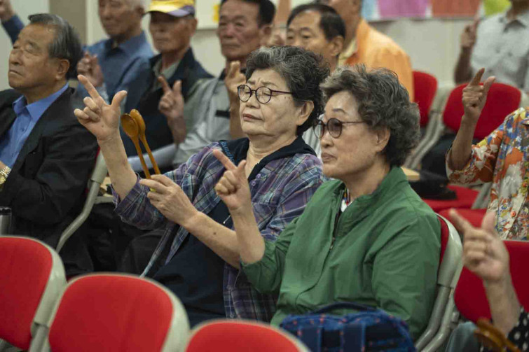 YTo1ODp7czo4OiJGaWxlTmFtZSI7czo0MDoiYTIyMzIzM2ItMWE5Ni00NGNkLTg3YWEtNTQ0ZDU5MTI5MmVhLmpwZyI7czoxMjoiRmlsZURhdGVUaW1lIjtpOjE3NTg1OTU5NTM7czo4OiJGaWxlU2l6ZSI7aToxMDkyODg7czo4OiJGaWxlVHlwZSI7aToyO3M6ODoiTWltZVR5cGUiO3M6MTA6ImltYWdlL2pwZWciO3M6MTM6IlNlY3Rpb25zRm91bmQiO3M6MzA6IkFOWV9UQUcsIElGRDAsIFRIVU1CTkFJTCwgRVhJRiI7czo4OiJDT01QVVRFRCI7YTo5OntzOjQ6Imh0bWwiO3M6MjY6IndpZHRoPSIxNzUyIiBoZWlnaHQ9IjExNjgiIjtzOjY6IkhlaWdodCI7aToxMTY4O3M6NToiV2lkdGgiO2k6MTc1MjtzOjc6IklzQ29sb3IiO2k6MTtzOjE3OiJCeXRlT3JkZXJNb3Rvcm9sYSI7aTowO3M6MTU6IkFwZXJ0dXJlRk51bWJlciI7czo1OiJmLzQuMCI7czo5OiJDb3B5cmlnaHQiO3M6NDoiWUFCQyI7czoxODoiVGh1bWJuYWlsLkZpbGVUeXBlIjtpOjI7czoxODoiVGh1bWJuYWlsLk1pbWVUeXBlIjtzOjEwOiJpbWFnZS9qcGVnIjt9czo0OiJNYWtlIjtzOjQ6IlNPTlkiO3M6NToiTW9kZWwiO3M6ODoiSUxDRS03TTQiO3M6MTE6IlhSZXNvbHV0aW9uIjtzOjU6IjI0MC8xIjtzOjExOiJZUmVzb2x1dGlvbiI7czo1OiIyNDAvMSI7czoxNDoiUmVzb2x1dGlvblVuaXQiO2k6MjtzOjg6IlNvZnR3YXJlIjtzOjUyOiJBZG9iZSBQaG90b3Nob3AgTGlnaHRyb29tIENsYXNzaWMgMTQuMS4xIChNYWNpbnRvc2gpIjtzOjg6IkRhdGVUaW1lIjtzOjE5OiIyMDI1OjA5OjIzIDExOjUwOjIzIjtzOjY6IkFydGlzdCI7czo3OiJZQUJDX1NHIjtzOjk6IkNvcHlyaWdodCI7czo0OiJZQUJDIjtzOjE2OiJFeGlmX0lGRF9Qb2ludGVyIjtpOjI1NDtzOjk6IlRIVU1CTkFJTCI7YTo2OntzOjExOiJDb21wcmVzc2lvbiI7aTo2O3M6MTE6IlhSZXNvbHV0aW9uIjtzOjQ6IjcyLzEiO3M6MTE6IllSZXNvbHV0aW9uIjtzOjQ6IjcyLzEiO3M6MTQ6IlJlc29sdXRpb25Vbml0IjtpOjI7czoyMToiSlBFR0ludGVyY2hhbmdlRm9ybWF0IjtpOjEwNDA7czoyNzoiSlBFR0ludGVyY2hhbmdlRm9ybWF0TGVuZ3RoIjtpOjE4MTM4O31zOjEyOiJFeHBvc3VyZVRpbWUiO3M6NToiMS8xMjUiO3M6NzoiRk51bWJlciI7czozOiI0LzEiO3M6MTU6IkV4cG9zdXJlUHJvZ3JhbSI7aToxO3M6MTU6IklTT1NwZWVkUmF0aW5ncyI7aTo0MDA7czoxOToiVW5kZWZpbmVkVGFnOjB4ODgzMCI7aToyO3M6MTk6IlVuZGVmaW5lZFRhZzoweDg4MzIiO2k6NDAwO3M6MTE6IkV4aWZWZXJzaW9uIjtzOjQ6IjAyMzIiO3M6MTY6IkRhdGVUaW1lT3JpZ2luYWwiO3M6MTk6IjIwMjU6MDk6MTkgMTA6NTk6MDUiO3M6MTc6IkRhdGVUaW1lRGlnaXRpemVkIjtzOjE5OiIyMDI1OjA5OjE5IDEwOjU5OjA1IjtzOjE5OiJVbmRlZmluZWRUYWc6MHg5MDEwIjtzOjY6IiswOTowMCI7czoxOToiVW5kZWZpbmVkVGFnOjB4OTAxMSI7czo2OiIrMDk6MDAiO3M6MTk6IlVuZGVmaW5lZFRhZzoweDkwMTIiO3M6NjoiKzA5OjAwIjtzOjE3OiJTaHV0dGVyU3BlZWRWYWx1ZSI7czoxNToiNjk2NTc4NC8xMDAwMDAwIjtzOjEzOiJBcGVydHVyZVZhbHVlIjtzOjM6IjQvMSI7czoxNToiQnJpZ2h0bmVzc1ZhbHVlIjtzOjk6IjM3MDQvMjU2MCI7czoxNzoiRXhwb3N1cmVCaWFzVmFsdWUiO3M6NDoiMC8xMCI7czoxNjoiTWF4QXBlcnR1cmVWYWx1ZSI7czo4OiIxMDI0LzI1NiI7czoxMjoiTWV0ZXJpbmdNb2RlIjtpOjU7czoxMToiTGlnaHRTb3VyY2UiO2k6MjU1O3M6NToiRmxhc2giO2k6MTM7czoxMToiRm9jYWxMZW5ndGgiO3M6NzoiMTQ0MC8xMCI7czoxODoiU3ViU2VjVGltZU9yaWdpbmFsIjtzOjM6IjY1MyI7czoxOToiU3ViU2VjVGltZURpZ2l0aXplZCI7czozOiI2NTMiO3M6MTA6IkNvbG9yU3BhY2UiO2k6NjU1MzU7czoyMToiRm9jYWxQbGFuZVhSZXNvbHV0aW9uIjtzOjE0OiI2NDQ0OTMzOS8zMjc2OCI7czoyMToiRm9jYWxQbGFuZVlSZXNvbHV0aW9uIjtzOjE0OiI2NDQ0OTMzOS8zMjc2OCI7czoyNDoiRm9jYWxQbGFuZVJlc29sdXRpb25Vbml0IjtpOjM7czoxMDoiRmlsZVNvdXJjZSI7czoxOiIDIjtzOjk6IlNjZW5lVHlwZSI7czoxOiIBIjtzOjE0OiJDdXN0b21SZW5kZXJlZCI7aTowO3M6MTI6IkV4cG9zdXJlTW9kZSI7aToxO3M6MTI6IldoaXRlQmFsYW5jZSI7aToxO3M6MTY6IkRpZ2l0YWxab29tUmF0aW8iO3M6NToiMTYvMTYiO3M6MjE6IkZvY2FsTGVuZ3RoSW4zNW1tRmlsbSI7aToxNDQ7czoxNjoiU2NlbmVDYXB0dXJlVHlwZSI7aTowO3M6ODoiQ29udHJhc3QiO2k6MDtzOjEwOiJTYXR1cmF0aW9uIjtpOjA7czo5OiJTaGFycG5lc3MiO2k6MDtzOjE5OiJVbmRlZmluZWRUYWc6MHhBNDMyIjthOjQ6e2k6MDtzOjY6IjcwMC8xMCI7aToxO3M6NzoiMjAwMC8xMCI7aToyO3M6NToiNDAvMTAiO2k6MztzOjU6IjQwLzEwIjt9czoxOToiVW5kZWZpbmVkVGFnOjB4QTQzNCI7czoyMDoiRkUgNzAtMjAwbW0gRjQgRyBPU1MiO30=