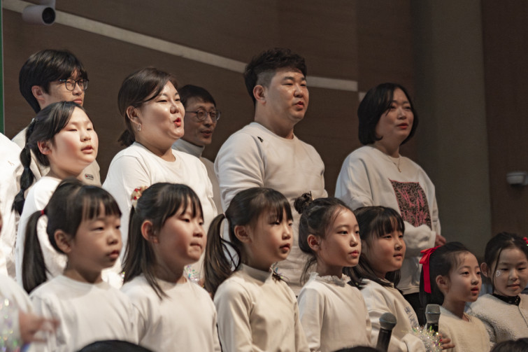 YTo1ODp7czo4OiJGaWxlTmFtZSI7czo0MDoiYTNiODJhMzEtMGFiYy00YWZhLTgzNmQtYzU3YmViNmEwYWNmLmpwZyI7czoxMjoiRmlsZURhdGVUaW1lIjtpOjE3NjY0NjQxODc7czo4OiJGaWxlU2l6ZSI7aTo2MTM0OTY7czo4OiJGaWxlVHlwZSI7aToyO3M6ODoiTWltZVR5cGUiO3M6MTA6ImltYWdlL2pwZWciO3M6MTM6IlNlY3Rpb25zRm91bmQiO3M6MzA6IkFOWV9UQUcsIElGRDAsIFRIVU1CTkFJTCwgRVhJRiI7czo4OiJDT01QVVRFRCI7YTo5OntzOjQ6Imh0bWwiO3M6MjU6IndpZHRoPSIxMTUyIiBoZWlnaHQ9Ijc2OCIiO3M6NjoiSGVpZ2h0IjtpOjc2ODtzOjU6IldpZHRoIjtpOjExNTI7czo3OiJJc0NvbG9yIjtpOjE7czoxNzoiQnl0ZU9yZGVyTW90b3JvbGEiO2k6MDtzOjE1OiJBcGVydHVyZUZOdW1iZXIiO3M6NToiZi80LjAiO3M6OToiQ29weXJpZ2h0IjtzOjQ6IllBQkMiO3M6MTg6IlRodW1ibmFpbC5GaWxlVHlwZSI7aToyO3M6MTg6IlRodW1ibmFpbC5NaW1lVHlwZSI7czoxMDoiaW1hZ2UvanBlZyI7fXM6NDoiTWFrZSI7czo0OiJTT05ZIjtzOjU6Ik1vZGVsIjtzOjg6IklMQ0UtN000IjtzOjExOiJYUmVzb2x1dGlvbiI7czo1OiIyNDAvMSI7czoxMToiWVJlc29sdXRpb24iO3M6NToiMjQwLzEiO3M6MTQ6IlJlc29sdXRpb25Vbml0IjtpOjI7czo4OiJTb2Z0d2FyZSI7czo1MDoiQWRvYmUgUGhvdG9zaG9wIExpZ2h0cm9vbSBDbGFzc2ljIDE1LjEgKE1hY2ludG9zaCkiO3M6ODoiRGF0ZVRpbWUiO3M6MTk6IjIwMjU6MTI6MjMgMTI6MDE6NDIiO3M6NjoiQXJ0aXN0IjtzOjc6IllBQkNfU0ciO3M6OToiQ29weXJpZ2h0IjtzOjQ6IllBQkMiO3M6MTY6IkV4aWZfSUZEX1BvaW50ZXIiO2k6MjUyO3M6OToiVEhVTUJOQUlMIjthOjY6e3M6MTE6IkNvbXByZXNzaW9uIjtpOjY7czoxMToiWFJlc29sdXRpb24iO3M6NDoiNzIvMSI7czoxMToiWVJlc29sdXRpb24iO3M6NDoiNzIvMSI7czoxNDoiUmVzb2x1dGlvblVuaXQiO2k6MjtzOjIxOiJKUEVHSW50ZXJjaGFuZ2VGb3JtYXQiO2k6MTAzODtzOjI3OiJKUEVHSW50ZXJjaGFuZ2VGb3JtYXRMZW5ndGgiO2k6MTUzMzM7fXM6MTI6IkV4cG9zdXJlVGltZSI7czo1OiIxLzE2MCI7czo3OiJGTnVtYmVyIjtzOjM6IjQvMSI7czoxNToiRXhwb3N1cmVQcm9ncmFtIjtpOjE7czoxNToiSVNPU3BlZWRSYXRpbmdzIjtpOjE2MDA7czoxOToiVW5kZWZpbmVkVGFnOjB4ODgzMCI7aToyO3M6MTk6IlVuZGVmaW5lZFRhZzoweDg4MzIiO2k6MTYwMDtzOjExOiJFeGlmVmVyc2lvbiI7czo0OiIwMjMyIjtzOjE2OiJEYXRlVGltZU9yaWdpbmFsIjtzOjE5OiIyMDI1OjEyOjIxIDEzOjUxOjM0IjtzOjE3OiJEYXRlVGltZURpZ2l0aXplZCI7czoxOToiMjAyNToxMjoyMSAxMzo1MTozNCI7czoxOToiVW5kZWZpbmVkVGFnOjB4OTAxMCI7czo2OiIrMDk6MDAiO3M6MTk6IlVuZGVmaW5lZFRhZzoweDkwMTEiO3M6NjoiKzA5OjAwIjtzOjE5OiJVbmRlZmluZWRUYWc6MHg5MDEyIjtzOjY6IiswOTowMCI7czoxNzoiU2h1dHRlclNwZWVkVmFsdWUiO3M6MTU6IjczMjE5MjgvMTAwMDAwMCI7czoxMzoiQXBlcnR1cmVWYWx1ZSI7czozOiI0LzEiO3M6MTU6IkJyaWdodG5lc3NWYWx1ZSI7czoxMDoiLTE3MTYvMjU2MCI7czoxNzoiRXhwb3N1cmVCaWFzVmFsdWUiO3M6NDoiMC8xMCI7czoxNjoiTWF4QXBlcnR1cmVWYWx1ZSI7czo4OiIxMDI0LzI1NiI7czoxMjoiTWV0ZXJpbmdNb2RlIjtpOjU7czoxMToiTGlnaHRTb3VyY2UiO2k6MDtzOjU6IkZsYXNoIjtpOjE2O3M6MTE6IkZvY2FsTGVuZ3RoIjtzOjY6Ijc4MC8xMCI7czoxODoiU3ViU2VjVGltZU9yaWdpbmFsIjtzOjM6Ijk2OCI7czoxOToiU3ViU2VjVGltZURpZ2l0aXplZCI7czozOiI5NjgiO3M6MTA6IkNvbG9yU3BhY2UiO2k6NjU1MzU7czoyMToiRm9jYWxQbGFuZVhSZXNvbHV0aW9uIjtzOjE0OiI2NDQ0OTMzOS8zMjc2OCI7czoyMToiRm9jYWxQbGFuZVlSZXNvbHV0aW9uIjtzOjE0OiI2NDQ0OTMzOS8zMjc2OCI7czoyNDoiRm9jYWxQbGFuZVJlc29sdXRpb25Vbml0IjtpOjM7czoxMDoiRmlsZVNvdXJjZSI7czoxOiIDIjtzOjk6IlNjZW5lVHlwZSI7czoxOiIBIjtzOjE0OiJDdXN0b21SZW5kZXJlZCI7aTowO3M6MTI6IkV4cG9zdXJlTW9kZSI7aToxO3M6MTI6IldoaXRlQmFsYW5jZSI7aTowO3M6MTY6IkRpZ2l0YWxab29tUmF0aW8iO3M6NToiMTYvMTYiO3M6MjE6IkZvY2FsTGVuZ3RoSW4zNW1tRmlsbSI7aToxMTc7czoxNjoiU2NlbmVDYXB0dXJlVHlwZSI7aTowO3M6ODoiQ29udHJhc3QiO2k6MDtzOjEwOiJTYXR1cmF0aW9uIjtpOjA7czo5OiJTaGFycG5lc3MiO2k6MDtzOjE5OiJVbmRlZmluZWRUYWc6MHhBNDMyIjthOjQ6e2k6MDtzOjY6IjcwMC8xMCI7aToxO3M6NzoiMjAwMC8xMCI7aToyO3M6NToiNDAvMTAiO2k6MztzOjU6IjQwLzEwIjt9czoxOToiVW5kZWZpbmVkVGFnOjB4QTQzNCI7czoyMDoiRkUgNzAtMjAwbW0gRjQgRyBPU1MiO30=