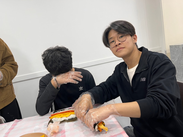 YToxNDp7czo4OiJGaWxlTmFtZSI7czo0MToiYTYzNDgxNjktMDY3Ny00OTc3LTkwOWMtOWJiYjYxYWJjODc1LmpwZWciO3M6MTI6IkZpbGVEYXRlVGltZSI7aToxNzQ0NDM2NjA2O3M6ODoiRmlsZVNpemUiO2k6NDA2NzAxO3M6ODoiRmlsZVR5cGUiO2k6MjtzOjg6Ik1pbWVUeXBlIjtzOjEwOiJpbWFnZS9qcGVnIjtzOjEzOiJTZWN0aW9uc0ZvdW5kIjtzOjE5OiJBTllfVEFHLCBJRkQwLCBFWElGIjtzOjg6IkNPTVBVVEVEIjthOjU6e3M6NDoiaHRtbCI7czoyNjoid2lkdGg9IjE0NDAiIGhlaWdodD0iMTA4MCIiO3M6NjoiSGVpZ2h0IjtpOjEwODA7czo1OiJXaWR0aCI7aToxNDQwO3M6NzoiSXNDb2xvciI7aToxO3M6MTc6IkJ5dGVPcmRlck1vdG9yb2xhIjtpOjE7fXM6MTE6Ik9yaWVudGF0aW9uIjtpOjE7czoxMToiWFJlc29sdXRpb24iO3M6NDoiNzIvMSI7czoxMToiWVJlc29sdXRpb24iO3M6NDoiNzIvMSI7czoxNDoiUmVzb2x1dGlvblVuaXQiO2k6MjtzOjE2OiJFeGlmX0lGRF9Qb2ludGVyIjtpOjkwO3M6MTQ6IkV4aWZJbWFnZVdpZHRoIjtpOjE0NDA7czoxNToiRXhpZkltYWdlTGVuZ3RoIjtpOjEwODA7fQ==