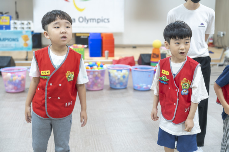 YTo1ODp7czo4OiJGaWxlTmFtZSI7czo0MDoiYWNjODA0OTMtNGI1NC00NjUwLWFlODMtYmIyZDQ1MmRkMDI2LmpwZyI7czoxMjoiRmlsZURhdGVUaW1lIjtpOjE3NTA0ODMyMjk7czo4OiJGaWxlU2l6ZSI7aToxMTExODkyO3M6ODoiRmlsZVR5cGUiO2k6MjtzOjg6Ik1pbWVUeXBlIjtzOjEwOiJpbWFnZS9qcGVnIjtzOjEzOiJTZWN0aW9uc0ZvdW5kIjtzOjMwOiJBTllfVEFHLCBJRkQwLCBUSFVNQk5BSUwsIEVYSUYiO3M6ODoiQ09NUFVURUQiO2E6OTp7czo0OiJodG1sIjtzOjI2OiJ3aWR0aD0iMTc1MiIgaGVpZ2h0PSIxMTY4IiI7czo2OiJIZWlnaHQiO2k6MTE2ODtzOjU6IldpZHRoIjtpOjE3NTI7czo3OiJJc0NvbG9yIjtpOjE7czoxNzoiQnl0ZU9yZGVyTW90b3JvbGEiO2k6MDtzOjE1OiJBcGVydHVyZUZOdW1iZXIiO3M6NToiZi8yLjgiO3M6OToiQ29weXJpZ2h0IjtzOjQ6IllBQkMiO3M6MTg6IlRodW1ibmFpbC5GaWxlVHlwZSI7aToyO3M6MTg6IlRodW1ibmFpbC5NaW1lVHlwZSI7czoxMDoiaW1hZ2UvanBlZyI7fXM6NDoiTWFrZSI7czo0OiJTT05ZIjtzOjU6Ik1vZGVsIjtzOjg6IklMQ0UtN000IjtzOjExOiJYUmVzb2x1dGlvbiI7czo1OiIyNDAvMSI7czoxMToiWVJlc29sdXRpb24iO3M6NToiMjQwLzEiO3M6MTQ6IlJlc29sdXRpb25Vbml0IjtpOjI7czo4OiJTb2Z0d2FyZSI7czo1MjoiQWRvYmUgUGhvdG9zaG9wIExpZ2h0cm9vbSBDbGFzc2ljIDE0LjMuMSAoTWFjaW50b3NoKSI7czo4OiJEYXRlVGltZSI7czoxOToiMjAyNTowNjoyMSAxNDoxNDoyOCI7czo2OiJBcnRpc3QiO3M6NzoiWUFCQ19TRyI7czo5OiJDb3B5cmlnaHQiO3M6NDoiWUFCQyI7czoxNjoiRXhpZl9JRkRfUG9pbnRlciI7aToyNTQ7czo5OiJUSFVNQk5BSUwiO2E6Njp7czoxMToiQ29tcHJlc3Npb24iO2k6NjtzOjExOiJYUmVzb2x1dGlvbiI7czo0OiI3Mi8xIjtzOjExOiJZUmVzb2x1dGlvbiI7czo0OiI3Mi8xIjtzOjE0OiJSZXNvbHV0aW9uVW5pdCI7aToyO3M6MjE6IkpQRUdJbnRlcmNoYW5nZUZvcm1hdCI7aToxMDQwO3M6Mjc6IkpQRUdJbnRlcmNoYW5nZUZvcm1hdExlbmd0aCI7aToxNjUzNzt9czoxMjoiRXhwb3N1cmVUaW1lIjtzOjQ6IjEvNjAiO3M6NzoiRk51bWJlciI7czo1OiIyOC8xMCI7czoxNToiRXhwb3N1cmVQcm9ncmFtIjtpOjE7czoxNToiSVNPU3BlZWRSYXRpbmdzIjtpOjI1MDtzOjE5OiJVbmRlZmluZWRUYWc6MHg4ODMwIjtpOjI7czoxOToiVW5kZWZpbmVkVGFnOjB4ODgzMiI7aToyNTA7czoxMToiRXhpZlZlcnNpb24iO3M6NDoiMDIzMiI7czoxNjoiRGF0ZVRpbWVPcmlnaW5hbCI7czoxOToiMjAyNTowNjoyMSAxMDoyNTowOCI7czoxNzoiRGF0ZVRpbWVEaWdpdGl6ZWQiO3M6MTk6IjIwMjU6MDY6MjEgMTA6MjU6MDgiO3M6MTk6IlVuZGVmaW5lZFRhZzoweDkwMTAiO3M6NjoiKzA5OjAwIjtzOjE5OiJVbmRlZmluZWRUYWc6MHg5MDExIjtzOjY6IiswOTowMCI7czoxOToiVW5kZWZpbmVkVGFnOjB4OTAxMiI7czo2OiIrMDk6MDAiO3M6MTc6IlNodXR0ZXJTcGVlZFZhbHVlIjtzOjE1OiI1OTA2ODkxLzEwMDAwMDAiO3M6MTM6IkFwZXJ0dXJlVmFsdWUiO3M6MTU6IjI5NzA4NTQvMTAwMDAwMCI7czoxNToiQnJpZ2h0bmVzc1ZhbHVlIjtzOjk6IjczMjQvMjU2MCI7czoxNzoiRXhwb3N1cmVCaWFzVmFsdWUiO3M6NDoiMC8xMCI7czoxNjoiTWF4QXBlcnR1cmVWYWx1ZSI7czo3OiI3NjAvMjU2IjtzOjEyOiJNZXRlcmluZ01vZGUiO2k6NTtzOjExOiJMaWdodFNvdXJjZSI7aTowO3M6NToiRmxhc2giO2k6MTM7czoxMToiRm9jYWxMZW5ndGgiO3M6NjoiNDcwLzEwIjtzOjE4OiJTdWJTZWNUaW1lT3JpZ2luYWwiO3M6MzoiNzQyIjtzOjE5OiJTdWJTZWNUaW1lRGlnaXRpemVkIjtzOjM6Ijc0MiI7czoxMDoiQ29sb3JTcGFjZSI7aTo2NTUzNTtzOjIxOiJGb2NhbFBsYW5lWFJlc29sdXRpb24iO3M6MTQ6IjY0NDQ5MzM5LzMyNzY4IjtzOjIxOiJGb2NhbFBsYW5lWVJlc29sdXRpb24iO3M6MTQ6IjY0NDQ5MzM5LzMyNzY4IjtzOjI0OiJGb2NhbFBsYW5lUmVzb2x1dGlvblVuaXQiO2k6MztzOjEwOiJGaWxlU291cmNlIjtzOjE6IgMiO3M6OToiU2NlbmVUeXBlIjtzOjE6IgEiO3M6MTQ6IkN1c3RvbVJlbmRlcmVkIjtpOjA7czoxMjoiRXhwb3N1cmVNb2RlIjtpOjE7czoxMjoiV2hpdGVCYWxhbmNlIjtpOjE7czoxNjoiRGlnaXRhbFpvb21SYXRpbyI7czo1OiIxNi8xNiI7czoyMToiRm9jYWxMZW5ndGhJbjM1bW1GaWxtIjtpOjQ3O3M6MTY6IlNjZW5lQ2FwdHVyZVR5cGUiO2k6MDtzOjg6IkNvbnRyYXN0IjtpOjA7czoxMDoiU2F0dXJhdGlvbiI7aTowO3M6OToiU2hhcnBuZXNzIjtpOjA7czoxOToiVW5kZWZpbmVkVGFnOjB4QTQzMiI7YTo0OntpOjA7czo2OiIyNDAvMTAiO2k6MTtzOjY6IjcwMC8xMCI7aToyO3M6NToiMjgvMTAiO2k6MztzOjU6IjI4LzEwIjt9czoxOToiVW5kZWZpbmVkVGFnOjB4QTQzNCI7czoyMToiRkUgMjQtNzBtbSBGMi44IEdNIElJIjt9