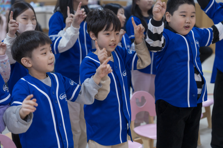 YTo1ODp7czo4OiJGaWxlTmFtZSI7czo0MDoiYWNkYmE5YzAtNDQyZC00NWRjLThhZDctYjgzNjEwMTQ5M2Y1LmpwZyI7czoxMjoiRmlsZURhdGVUaW1lIjtpOjE3NjUxNjY3ODY7czo4OiJGaWxlU2l6ZSI7aToyMzI4NDAzO3M6ODoiRmlsZVR5cGUiO2k6MjtzOjg6Ik1pbWVUeXBlIjtzOjEwOiJpbWFnZS9qcGVnIjtzOjEzOiJTZWN0aW9uc0ZvdW5kIjtzOjMwOiJBTllfVEFHLCBJRkQwLCBUSFVNQk5BSUwsIEVYSUYiO3M6ODoiQ09NUFVURUQiO2E6OTp7czo0OiJodG1sIjtzOjI2OiJ3aWR0aD0iMjQxNyIgaGVpZ2h0PSIxNjExIiI7czo2OiJIZWlnaHQiO2k6MTYxMTtzOjU6IldpZHRoIjtpOjI0MTc7czo3OiJJc0NvbG9yIjtpOjE7czoxNzoiQnl0ZU9yZGVyTW90b3JvbGEiO2k6MDtzOjE1OiJBcGVydHVyZUZOdW1iZXIiO3M6NToiZi8yLjgiO3M6OToiQ29weXJpZ2h0IjtzOjQ6IllBQkMiO3M6MTg6IlRodW1ibmFpbC5GaWxlVHlwZSI7aToyO3M6MTg6IlRodW1ibmFpbC5NaW1lVHlwZSI7czoxMDoiaW1hZ2UvanBlZyI7fXM6NDoiTWFrZSI7czo0OiJTT05ZIjtzOjU6Ik1vZGVsIjtzOjg6IklMQ0UtN000IjtzOjExOiJYUmVzb2x1dGlvbiI7czo1OiIyNDAvMSI7czoxMToiWVJlc29sdXRpb24iO3M6NToiMjQwLzEiO3M6MTQ6IlJlc29sdXRpb25Vbml0IjtpOjI7czo4OiJTb2Z0d2FyZSI7czo1MjoiQWRvYmUgUGhvdG9zaG9wIExpZ2h0cm9vbSBDbGFzc2ljIDE0LjEuMSAoTWFjaW50b3NoKSI7czo4OiJEYXRlVGltZSI7czoxOToiMjAyNToxMjowOCAxMzowNDoyNCI7czo2OiJBcnRpc3QiO3M6NzoiWUFCQ19TRyI7czo5OiJDb3B5cmlnaHQiO3M6NDoiWUFCQyI7czoxNjoiRXhpZl9JRkRfUG9pbnRlciI7aToyNTQ7czo5OiJUSFVNQk5BSUwiO2E6Njp7czoxMToiQ29tcHJlc3Npb24iO2k6NjtzOjExOiJYUmVzb2x1dGlvbiI7czo0OiI3Mi8xIjtzOjExOiJZUmVzb2x1dGlvbiI7czo0OiI3Mi8xIjtzOjE0OiJSZXNvbHV0aW9uVW5pdCI7aToyO3M6MjE6IkpQRUdJbnRlcmNoYW5nZUZvcm1hdCI7aToxMDQwO3M6Mjc6IkpQRUdJbnRlcmNoYW5nZUZvcm1hdExlbmd0aCI7aToxODk4Mjt9czoxMjoiRXhwb3N1cmVUaW1lIjtzOjU6IjEvMjUwIjtzOjc6IkZOdW1iZXIiO3M6NToiMjgvMTAiO3M6MTU6IkV4cG9zdXJlUHJvZ3JhbSI7aToxO3M6MTU6IklTT1NwZWVkUmF0aW5ncyI7aTozMjA7czoxOToiVW5kZWZpbmVkVGFnOjB4ODgzMCI7aToyO3M6MTk6IlVuZGVmaW5lZFRhZzoweDg4MzIiO2k6MzIwO3M6MTE6IkV4aWZWZXJzaW9uIjtzOjQ6IjAyMzIiO3M6MTY6IkRhdGVUaW1lT3JpZ2luYWwiO3M6MTk6IjIwMjU6MTI6MDcgMTU6MDE6NDQiO3M6MTc6IkRhdGVUaW1lRGlnaXRpemVkIjtzOjE5OiIyMDI1OjEyOjA3IDE1OjAxOjQ0IjtzOjE5OiJVbmRlZmluZWRUYWc6MHg5MDEwIjtzOjY6IiswOTowMCI7czoxOToiVW5kZWZpbmVkVGFnOjB4OTAxMSI7czo2OiIrMDk6MDAiO3M6MTk6IlVuZGVmaW5lZFRhZzoweDkwMTIiO3M6NjoiKzA5OjAwIjtzOjE3OiJTaHV0dGVyU3BlZWRWYWx1ZSI7czoxNToiNzk2NTc4NC8xMDAwMDAwIjtzOjEzOiJBcGVydHVyZVZhbHVlIjtzOjE1OiIyOTcwODU0LzEwMDAwMDAiO3M6MTU6IkJyaWdodG5lc3NWYWx1ZSI7czo5OiI0ODA0LzI1NjAiO3M6MTc6IkV4cG9zdXJlQmlhc1ZhbHVlIjtzOjQ6IjAvMTAiO3M6MTY6Ik1heEFwZXJ0dXJlVmFsdWUiO3M6NzoiNzYwLzI1NiI7czoxMjoiTWV0ZXJpbmdNb2RlIjtpOjU7czoxMToiTGlnaHRTb3VyY2UiO2k6MDtzOjU6IkZsYXNoIjtpOjEzO3M6MTE6IkZvY2FsTGVuZ3RoIjtzOjY6IjY4MC8xMCI7czoxODoiU3ViU2VjVGltZU9yaWdpbmFsIjtzOjM6IjY3NCI7czoxOToiU3ViU2VjVGltZURpZ2l0aXplZCI7czozOiI2NzQiO3M6MTA6IkNvbG9yU3BhY2UiO2k6NjU1MzU7czoyMToiRm9jYWxQbGFuZVhSZXNvbHV0aW9uIjtzOjE0OiI2NDQ0OTMzOS8zMjc2OCI7czoyMToiRm9jYWxQbGFuZVlSZXNvbHV0aW9uIjtzOjE0OiI2NDQ0OTMzOS8zMjc2OCI7czoyNDoiRm9jYWxQbGFuZVJlc29sdXRpb25Vbml0IjtpOjM7czoxMDoiRmlsZVNvdXJjZSI7czoxOiIDIjtzOjk6IlNjZW5lVHlwZSI7czoxOiIBIjtzOjE0OiJDdXN0b21SZW5kZXJlZCI7aTowO3M6MTI6IkV4cG9zdXJlTW9kZSI7aToxO3M6MTI6IldoaXRlQmFsYW5jZSI7aToxO3M6MTY6IkRpZ2l0YWxab29tUmF0aW8iO3M6NToiMTYvMTYiO3M6MjE6IkZvY2FsTGVuZ3RoSW4zNW1tRmlsbSI7aTo2ODtzOjE2OiJTY2VuZUNhcHR1cmVUeXBlIjtpOjA7czo4OiJDb250cmFzdCI7aTowO3M6MTA6IlNhdHVyYXRpb24iO2k6MDtzOjk6IlNoYXJwbmVzcyI7aTowO3M6MTk6IlVuZGVmaW5lZFRhZzoweEE0MzIiO2E6NDp7aTowO3M6NjoiMjQwLzEwIjtpOjE7czo2OiI3MDAvMTAiO2k6MjtzOjU6IjI4LzEwIjtpOjM7czo1OiIyOC8xMCI7fXM6MTk6IlVuZGVmaW5lZFRhZzoweEE0MzQiO3M6MjE6IkZFIDI0LTcwbW0gRjIuOCBHTSBJSSI7fQ==