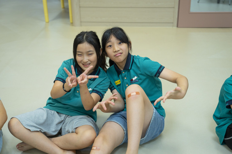 YTo1ODp7czo4OiJGaWxlTmFtZSI7czo0MDoiYWRiMTIyODItNWNjNC00NGYzLWIxNWEtNDgyZDBiYjlmYWI3LmpwZyI7czoxMjoiRmlsZURhdGVUaW1lIjtpOjE3NTc4MjAxODI7czo4OiJGaWxlU2l6ZSI7aToxMjAzNzI1O3M6ODoiRmlsZVR5cGUiO2k6MjtzOjg6Ik1pbWVUeXBlIjtzOjEwOiJpbWFnZS9qcGVnIjtzOjEzOiJTZWN0aW9uc0ZvdW5kIjtzOjMwOiJBTllfVEFHLCBJRkQwLCBUSFVNQk5BSUwsIEVYSUYiO3M6ODoiQ09NUFVURUQiO2E6OTp7czo0OiJodG1sIjtzOjI2OiJ3aWR0aD0iMTc1MiIgaGVpZ2h0PSIxMTY4IiI7czo2OiJIZWlnaHQiO2k6MTE2ODtzOjU6IldpZHRoIjtpOjE3NTI7czo3OiJJc0NvbG9yIjtpOjE7czoxNzoiQnl0ZU9yZGVyTW90b3JvbGEiO2k6MDtzOjE1OiJBcGVydHVyZUZOdW1iZXIiO3M6NToiZi8yLjgiO3M6OToiQ29weXJpZ2h0IjtzOjQ6IllBQkMiO3M6MTg6IlRodW1ibmFpbC5GaWxlVHlwZSI7aToyO3M6MTg6IlRodW1ibmFpbC5NaW1lVHlwZSI7czoxMDoiaW1hZ2UvanBlZyI7fXM6NDoiTWFrZSI7czo0OiJTT05ZIjtzOjU6Ik1vZGVsIjtzOjg6IklMQ0UtN000IjtzOjExOiJYUmVzb2x1dGlvbiI7czo1OiIyNDAvMSI7czoxMToiWVJlc29sdXRpb24iO3M6NToiMjQwLzEiO3M6MTQ6IlJlc29sdXRpb25Vbml0IjtpOjI7czo4OiJTb2Z0d2FyZSI7czo1MjoiQWRvYmUgUGhvdG9zaG9wIExpZ2h0cm9vbSBDbGFzc2ljIDE0LjUuMSAoTWFjaW50b3NoKSI7czo4OiJEYXRlVGltZSI7czoxOToiMjAyNTowOToxNCAxMjoyMToyNCI7czo2OiJBcnRpc3QiO3M6NzoiWUFCQ19TRyI7czo5OiJDb3B5cmlnaHQiO3M6NDoiWUFCQyI7czoxNjoiRXhpZl9JRkRfUG9pbnRlciI7aToyNTQ7czo5OiJUSFVNQk5BSUwiO2E6Njp7czoxMToiQ29tcHJlc3Npb24iO2k6NjtzOjExOiJYUmVzb2x1dGlvbiI7czo0OiI3Mi8xIjtzOjExOiJZUmVzb2x1dGlvbiI7czo0OiI3Mi8xIjtzOjE0OiJSZXNvbHV0aW9uVW5pdCI7aToyO3M6MjE6IkpQRUdJbnRlcmNoYW5nZUZvcm1hdCI7aToxMDQwO3M6Mjc6IkpQRUdJbnRlcmNoYW5nZUZvcm1hdExlbmd0aCI7aToxMjgzMTt9czoxMjoiRXhwb3N1cmVUaW1lIjtzOjU6IjEvMjUwIjtzOjc6IkZOdW1iZXIiO3M6NToiMjgvMTAiO3M6MTU6IkV4cG9zdXJlUHJvZ3JhbSI7aToxO3M6MTU6IklTT1NwZWVkUmF0aW5ncyI7aTo2NDA7czoxOToiVW5kZWZpbmVkVGFnOjB4ODgzMCI7aToyO3M6MTk6IlVuZGVmaW5lZFRhZzoweDg4MzIiO2k6NjQwO3M6MTE6IkV4aWZWZXJzaW9uIjtzOjQ6IjAyMzIiO3M6MTY6IkRhdGVUaW1lT3JpZ2luYWwiO3M6MTk6IjIwMjU6MDk6MTMgMTE6MDg6MTEiO3M6MTc6IkRhdGVUaW1lRGlnaXRpemVkIjtzOjE5OiIyMDI1OjA5OjEzIDExOjA4OjExIjtzOjE5OiJVbmRlZmluZWRUYWc6MHg5MDEwIjtzOjY6IiswOTowMCI7czoxOToiVW5kZWZpbmVkVGFnOjB4OTAxMSI7czo2OiIrMDk6MDAiO3M6MTk6IlVuZGVmaW5lZFRhZzoweDkwMTIiO3M6NjoiKzA5OjAwIjtzOjE3OiJTaHV0dGVyU3BlZWRWYWx1ZSI7czoxNToiNzk2NTc4NC8xMDAwMDAwIjtzOjEzOiJBcGVydHVyZVZhbHVlIjtzOjE1OiIyOTcwODU0LzEwMDAwMDAiO3M6MTU6IkJyaWdodG5lc3NWYWx1ZSI7czo5OiI4NjU0LzI1NjAiO3M6MTc6IkV4cG9zdXJlQmlhc1ZhbHVlIjtzOjQ6IjAvMTAiO3M6MTY6Ik1heEFwZXJ0dXJlVmFsdWUiO3M6NzoiNzYwLzI1NiI7czoxMjoiTWV0ZXJpbmdNb2RlIjtpOjU7czoxMToiTGlnaHRTb3VyY2UiO2k6MDtzOjU6IkZsYXNoIjtpOjEzO3M6MTE6IkZvY2FsTGVuZ3RoIjtzOjY6IjQyMC8xMCI7czoxODoiU3ViU2VjVGltZU9yaWdpbmFsIjtzOjM6IjMzNiI7czoxOToiU3ViU2VjVGltZURpZ2l0aXplZCI7czozOiIzMzYiO3M6MTA6IkNvbG9yU3BhY2UiO2k6NjU1MzU7czoyMToiRm9jYWxQbGFuZVhSZXNvbHV0aW9uIjtzOjE0OiI2NDQ0OTMzOS8zMjc2OCI7czoyMToiRm9jYWxQbGFuZVlSZXNvbHV0aW9uIjtzOjE0OiI2NDQ0OTMzOS8zMjc2OCI7czoyNDoiRm9jYWxQbGFuZVJlc29sdXRpb25Vbml0IjtpOjM7czoxMDoiRmlsZVNvdXJjZSI7czoxOiIDIjtzOjk6IlNjZW5lVHlwZSI7czoxOiIBIjtzOjE0OiJDdXN0b21SZW5kZXJlZCI7aTowO3M6MTI6IkV4cG9zdXJlTW9kZSI7aToxO3M6MTI6IldoaXRlQmFsYW5jZSI7aToxO3M6MTY6IkRpZ2l0YWxab29tUmF0aW8iO3M6NToiMTYvMTYiO3M6MjE6IkZvY2FsTGVuZ3RoSW4zNW1tRmlsbSI7aTo0MjtzOjE2OiJTY2VuZUNhcHR1cmVUeXBlIjtpOjA7czo4OiJDb250cmFzdCI7aTowO3M6MTA6IlNhdHVyYXRpb24iO2k6MDtzOjk6IlNoYXJwbmVzcyI7aTowO3M6MTk6IlVuZGVmaW5lZFRhZzoweEE0MzIiO2E6NDp7aTowO3M6NjoiMjQwLzEwIjtpOjE7czo2OiI3MDAvMTAiO2k6MjtzOjU6IjI4LzEwIjtpOjM7czo1OiIyOC8xMCI7fXM6MTk6IlVuZGVmaW5lZFRhZzoweEE0MzQiO3M6MjE6IkZFIDI0LTcwbW0gRjIuOCBHTSBJSSI7fQ==