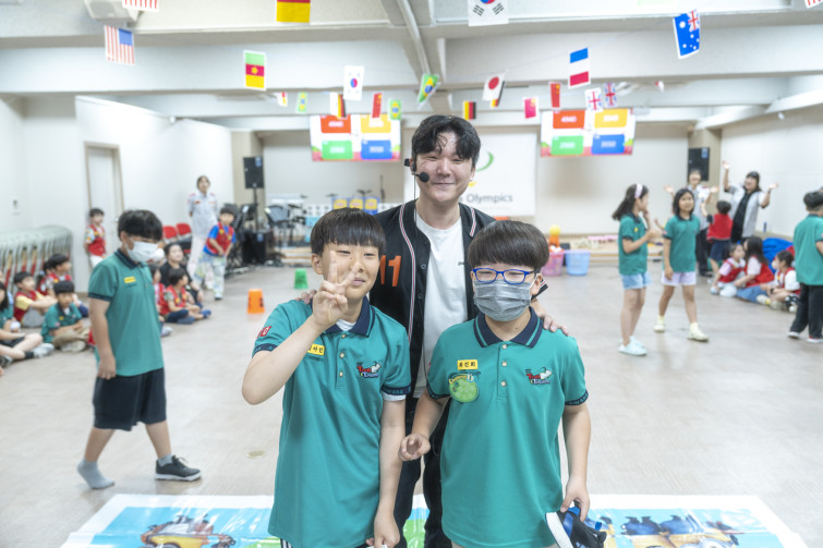 YTo1ODp7czo4OiJGaWxlTmFtZSI7czo0MDoiYjJhMzU3ZDktMmI1Yi00YzkwLWFkOTgtOTc5YzI3ODg5NTE2LmpwZyI7czoxMjoiRmlsZURhdGVUaW1lIjtpOjE3NTA0ODMyMzA7czo4OiJGaWxlU2l6ZSI7aToxMTY1MTc3O3M6ODoiRmlsZVR5cGUiO2k6MjtzOjg6Ik1pbWVUeXBlIjtzOjEwOiJpbWFnZS9qcGVnIjtzOjEzOiJTZWN0aW9uc0ZvdW5kIjtzOjMwOiJBTllfVEFHLCBJRkQwLCBUSFVNQk5BSUwsIEVYSUYiO3M6ODoiQ09NUFVURUQiO2E6OTp7czo0OiJodG1sIjtzOjI2OiJ3aWR0aD0iMTc1MiIgaGVpZ2h0PSIxMTY4IiI7czo2OiJIZWlnaHQiO2k6MTE2ODtzOjU6IldpZHRoIjtpOjE3NTI7czo3OiJJc0NvbG9yIjtpOjE7czoxNzoiQnl0ZU9yZGVyTW90b3JvbGEiO2k6MDtzOjE1OiJBcGVydHVyZUZOdW1iZXIiO3M6NToiZi8yLjgiO3M6OToiQ29weXJpZ2h0IjtzOjQ6IllBQkMiO3M6MTg6IlRodW1ibmFpbC5GaWxlVHlwZSI7aToyO3M6MTg6IlRodW1ibmFpbC5NaW1lVHlwZSI7czoxMDoiaW1hZ2UvanBlZyI7fXM6NDoiTWFrZSI7czo0OiJTT05ZIjtzOjU6Ik1vZGVsIjtzOjg6IklMQ0UtN000IjtzOjExOiJYUmVzb2x1dGlvbiI7czo1OiIyNDAvMSI7czoxMToiWVJlc29sdXRpb24iO3M6NToiMjQwLzEiO3M6MTQ6IlJlc29sdXRpb25Vbml0IjtpOjI7czo4OiJTb2Z0d2FyZSI7czo1MjoiQWRvYmUgUGhvdG9zaG9wIExpZ2h0cm9vbSBDbGFzc2ljIDE0LjMuMSAoTWFjaW50b3NoKSI7czo4OiJEYXRlVGltZSI7czoxOToiMjAyNTowNjoyMSAxNDoxNDozMSI7czo2OiJBcnRpc3QiO3M6NzoiWUFCQ19TRyI7czo5OiJDb3B5cmlnaHQiO3M6NDoiWUFCQyI7czoxNjoiRXhpZl9JRkRfUG9pbnRlciI7aToyNTQ7czo5OiJUSFVNQk5BSUwiO2E6Njp7czoxMToiQ29tcHJlc3Npb24iO2k6NjtzOjExOiJYUmVzb2x1dGlvbiI7czo0OiI3Mi8xIjtzOjExOiJZUmVzb2x1dGlvbiI7czo0OiI3Mi8xIjtzOjE0OiJSZXNvbHV0aW9uVW5pdCI7aToyO3M6MjE6IkpQRUdJbnRlcmNoYW5nZUZvcm1hdCI7aToxMDQwO3M6Mjc6IkpQRUdJbnRlcmNoYW5nZUZvcm1hdExlbmd0aCI7aToxODYyMDt9czoxMjoiRXhwb3N1cmVUaW1lIjtzOjQ6IjEvNjAiO3M6NzoiRk51bWJlciI7czo1OiIyOC8xMCI7czoxNToiRXhwb3N1cmVQcm9ncmFtIjtpOjE7czoxNToiSVNPU3BlZWRSYXRpbmdzIjtpOjIwMDtzOjE5OiJVbmRlZmluZWRUYWc6MHg4ODMwIjtpOjI7czoxOToiVW5kZWZpbmVkVGFnOjB4ODgzMiI7aToyMDA7czoxMToiRXhpZlZlcnNpb24iO3M6NDoiMDIzMiI7czoxNjoiRGF0ZVRpbWVPcmlnaW5hbCI7czoxOToiMjAyNTowNjoyMSAxMDozNjoyOCI7czoxNzoiRGF0ZVRpbWVEaWdpdGl6ZWQiO3M6MTk6IjIwMjU6MDY6MjEgMTA6MzY6MjgiO3M6MTk6IlVuZGVmaW5lZFRhZzoweDkwMTAiO3M6NjoiKzA5OjAwIjtzOjE5OiJVbmRlZmluZWRUYWc6MHg5MDExIjtzOjY6IiswOTowMCI7czoxOToiVW5kZWZpbmVkVGFnOjB4OTAxMiI7czo2OiIrMDk6MDAiO3M6MTc6IlNodXR0ZXJTcGVlZFZhbHVlIjtzOjE1OiI1OTA2ODkxLzEwMDAwMDAiO3M6MTM6IkFwZXJ0dXJlVmFsdWUiO3M6MTU6IjI5NzA4NTQvMTAwMDAwMCI7czoxNToiQnJpZ2h0bmVzc1ZhbHVlIjtzOjk6IjY2MjQvMjU2MCI7czoxNzoiRXhwb3N1cmVCaWFzVmFsdWUiO3M6NDoiMC8xMCI7czoxNjoiTWF4QXBlcnR1cmVWYWx1ZSI7czo3OiI3NjAvMjU2IjtzOjEyOiJNZXRlcmluZ01vZGUiO2k6NTtzOjExOiJMaWdodFNvdXJjZSI7aTowO3M6NToiRmxhc2giO2k6MTM7czoxMToiRm9jYWxMZW5ndGgiO3M6NjoiMzAwLzEwIjtzOjE4OiJTdWJTZWNUaW1lT3JpZ2luYWwiO3M6MzoiMjMyIjtzOjE5OiJTdWJTZWNUaW1lRGlnaXRpemVkIjtzOjM6IjIzMiI7czoxMDoiQ29sb3JTcGFjZSI7aTo2NTUzNTtzOjIxOiJGb2NhbFBsYW5lWFJlc29sdXRpb24iO3M6MTQ6IjY0NDQ5MzM5LzMyNzY4IjtzOjIxOiJGb2NhbFBsYW5lWVJlc29sdXRpb24iO3M6MTQ6IjY0NDQ5MzM5LzMyNzY4IjtzOjI0OiJGb2NhbFBsYW5lUmVzb2x1dGlvblVuaXQiO2k6MztzOjEwOiJGaWxlU291cmNlIjtzOjE6IgMiO3M6OToiU2NlbmVUeXBlIjtzOjE6IgEiO3M6MTQ6IkN1c3RvbVJlbmRlcmVkIjtpOjA7czoxMjoiRXhwb3N1cmVNb2RlIjtpOjE7czoxMjoiV2hpdGVCYWxhbmNlIjtpOjE7czoxNjoiRGlnaXRhbFpvb21SYXRpbyI7czo1OiIxNi8xNiI7czoyMToiRm9jYWxMZW5ndGhJbjM1bW1GaWxtIjtpOjMwO3M6MTY6IlNjZW5lQ2FwdHVyZVR5cGUiO2k6MDtzOjg6IkNvbnRyYXN0IjtpOjA7czoxMDoiU2F0dXJhdGlvbiI7aTowO3M6OToiU2hhcnBuZXNzIjtpOjA7czoxOToiVW5kZWZpbmVkVGFnOjB4QTQzMiI7YTo0OntpOjA7czo2OiIyNDAvMTAiO2k6MTtzOjY6IjcwMC8xMCI7aToyO3M6NToiMjgvMTAiO2k6MztzOjU6IjI4LzEwIjt9czoxOToiVW5kZWZpbmVkVGFnOjB4QTQzNCI7czoyMToiRkUgMjQtNzBtbSBGMi44IEdNIElJIjt9