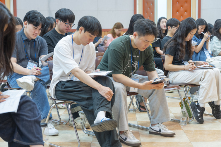 YTo1ODp7czo4OiJGaWxlTmFtZSI7czo0MDoiYjJjZWUzMmMtMDkyOC00NjllLWFiZjMtZDBjMzQ5Y2NiNDZmLmpwZyI7czoxMjoiRmlsZURhdGVUaW1lIjtpOjE3NTEzMzQwNDE7czo4OiJGaWxlU2l6ZSI7aToxNDc0NTU1O3M6ODoiRmlsZVR5cGUiO2k6MjtzOjg6Ik1pbWVUeXBlIjtzOjEwOiJpbWFnZS9qcGVnIjtzOjEzOiJTZWN0aW9uc0ZvdW5kIjtzOjMwOiJBTllfVEFHLCBJRkQwLCBUSFVNQk5BSUwsIEVYSUYiO3M6ODoiQ09NUFVURUQiO2E6OTp7czo0OiJodG1sIjtzOjI2OiJ3aWR0aD0iMTc1MiIgaGVpZ2h0PSIxMTY4IiI7czo2OiJIZWlnaHQiO2k6MTE2ODtzOjU6IldpZHRoIjtpOjE3NTI7czo3OiJJc0NvbG9yIjtpOjE7czoxNzoiQnl0ZU9yZGVyTW90b3JvbGEiO2k6MDtzOjE1OiJBcGVydHVyZUZOdW1iZXIiO3M6NToiZi80LjUiO3M6OToiQ29weXJpZ2h0IjtzOjQ6IllBQkMiO3M6MTg6IlRodW1ibmFpbC5GaWxlVHlwZSI7aToyO3M6MTg6IlRodW1ibmFpbC5NaW1lVHlwZSI7czoxMDoiaW1hZ2UvanBlZyI7fXM6NDoiTWFrZSI7czo0OiJTT05ZIjtzOjU6Ik1vZGVsIjtzOjg6IklMQ0UtN000IjtzOjExOiJYUmVzb2x1dGlvbiI7czo1OiIyNDAvMSI7czoxMToiWVJlc29sdXRpb24iO3M6NToiMjQwLzEiO3M6MTQ6IlJlc29sdXRpb25Vbml0IjtpOjI7czo4OiJTb2Z0d2FyZSI7czo1MDoiQWRvYmUgUGhvdG9zaG9wIExpZ2h0cm9vbSBDbGFzc2ljIDE0LjQgKE1hY2ludG9zaCkiO3M6ODoiRGF0ZVRpbWUiO3M6MTk6IjIwMjU6MDc6MDEgMTA6MzE6MjMiO3M6NjoiQXJ0aXN0IjtzOjc6IllBQkNfU0ciO3M6OToiQ29weXJpZ2h0IjtzOjQ6IllBQkMiO3M6MTY6IkV4aWZfSUZEX1BvaW50ZXIiO2k6MjUyO3M6OToiVEhVTUJOQUlMIjthOjY6e3M6MTE6IkNvbXByZXNzaW9uIjtpOjY7czoxMToiWFJlc29sdXRpb24iO3M6NDoiNzIvMSI7czoxMToiWVJlc29sdXRpb24iO3M6NDoiNzIvMSI7czoxNDoiUmVzb2x1dGlvblVuaXQiO2k6MjtzOjIxOiJKUEVHSW50ZXJjaGFuZ2VGb3JtYXQiO2k6MTAzODtzOjI3OiJKUEVHSW50ZXJjaGFuZ2VGb3JtYXRMZW5ndGgiO2k6MTk1MTM7fXM6MTI6IkV4cG9zdXJlVGltZSI7czo0OiIxLzYwIjtzOjc6IkZOdW1iZXIiO3M6NToiNDUvMTAiO3M6MTU6IkV4cG9zdXJlUHJvZ3JhbSI7aToxO3M6MTU6IklTT1NwZWVkUmF0aW5ncyI7aTo2NDA7czoxOToiVW5kZWZpbmVkVGFnOjB4ODgzMCI7aToyO3M6MTk6IlVuZGVmaW5lZFRhZzoweDg4MzIiO2k6NjQwO3M6MTE6IkV4aWZWZXJzaW9uIjtzOjQ6IjAyMzIiO3M6MTY6IkRhdGVUaW1lT3JpZ2luYWwiO3M6MTk6IjIwMjU6MDY6MjkgMDk6MTM6MTAiO3M6MTc6IkRhdGVUaW1lRGlnaXRpemVkIjtzOjE5OiIyMDI1OjA2OjI5IDA5OjEzOjEwIjtzOjE5OiJVbmRlZmluZWRUYWc6MHg5MDEwIjtzOjY6IiswOTowMCI7czoxOToiVW5kZWZpbmVkVGFnOjB4OTAxMSI7czo2OiIrMDk6MDAiO3M6MTk6IlVuZGVmaW5lZFRhZzoweDkwMTIiO3M6NjoiKzA5OjAwIjtzOjE3OiJTaHV0dGVyU3BlZWRWYWx1ZSI7czoxNToiNTkwNjg5MS8xMDAwMDAwIjtzOjEzOiJBcGVydHVyZVZhbHVlIjtzOjEzOiI0MzM5ODUvMTAwMDAwIjtzOjE1OiJCcmlnaHRuZXNzVmFsdWUiO3M6OToiNjQ5NC8yNTYwIjtzOjE3OiJFeHBvc3VyZUJpYXNWYWx1ZSI7czo0OiIwLzEwIjtzOjE2OiJNYXhBcGVydHVyZVZhbHVlIjtzOjc6Ijc2MC8yNTYiO3M6MTI6Ik1ldGVyaW5nTW9kZSI7aTo1O3M6MTE6IkxpZ2h0U291cmNlIjtpOjA7czo1OiJGbGFzaCI7aToxNjtzOjExOiJGb2NhbExlbmd0aCI7czo2OiI3MDAvMTAiO3M6MTg6IlN1YlNlY1RpbWVPcmlnaW5hbCI7czozOiIwOTIiO3M6MTk6IlN1YlNlY1RpbWVEaWdpdGl6ZWQiO3M6MzoiMDkyIjtzOjEwOiJDb2xvclNwYWNlIjtpOjY1NTM1O3M6MjE6IkZvY2FsUGxhbmVYUmVzb2x1dGlvbiI7czoxNDoiNjQ0NDkzMzkvMzI3NjgiO3M6MjE6IkZvY2FsUGxhbmVZUmVzb2x1dGlvbiI7czoxNDoiNjQ0NDkzMzkvMzI3NjgiO3M6MjQ6IkZvY2FsUGxhbmVSZXNvbHV0aW9uVW5pdCI7aTozO3M6MTA6IkZpbGVTb3VyY2UiO3M6MToiAyI7czo5OiJTY2VuZVR5cGUiO3M6MToiASI7czoxNDoiQ3VzdG9tUmVuZGVyZWQiO2k6MDtzOjEyOiJFeHBvc3VyZU1vZGUiO2k6MTtzOjEyOiJXaGl0ZUJhbGFuY2UiO2k6MTtzOjE2OiJEaWdpdGFsWm9vbVJhdGlvIjtzOjU6IjE2LzE2IjtzOjIxOiJGb2NhbExlbmd0aEluMzVtbUZpbG0iO2k6NzA7czoxNjoiU2NlbmVDYXB0dXJlVHlwZSI7aTowO3M6ODoiQ29udHJhc3QiO2k6MDtzOjEwOiJTYXR1cmF0aW9uIjtpOjA7czo5OiJTaGFycG5lc3MiO2k6MDtzOjE5OiJVbmRlZmluZWRUYWc6MHhBNDMyIjthOjQ6e2k6MDtzOjY6IjI0MC8xMCI7aToxO3M6NjoiNzAwLzEwIjtpOjI7czo1OiIyOC8xMCI7aTozO3M6NToiMjgvMTAiO31zOjE5OiJVbmRlZmluZWRUYWc6MHhBNDM0IjtzOjIxOiJGRSAyNC03MG1tIEYyLjggR00gSUkiO30=