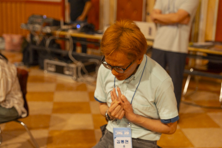 YTo1ODp7czo4OiJGaWxlTmFtZSI7czo0MDoiYjRlZDczMjItMzE2MC00MGEwLWJjMmMtNTM4ODkyZmM5M2FlLmpwZyI7czoxMjoiRmlsZURhdGVUaW1lIjtpOjE3NTEzMzQwMzA7czo4OiJGaWxlU2l6ZSI7aToxNDExMjg1O3M6ODoiRmlsZVR5cGUiO2k6MjtzOjg6Ik1pbWVUeXBlIjtzOjEwOiJpbWFnZS9qcGVnIjtzOjEzOiJTZWN0aW9uc0ZvdW5kIjtzOjMwOiJBTllfVEFHLCBJRkQwLCBUSFVNQk5BSUwsIEVYSUYiO3M6ODoiQ09NUFVURUQiO2E6OTp7czo0OiJodG1sIjtzOjI2OiJ3aWR0aD0iMTc1MiIgaGVpZ2h0PSIxMTY4IiI7czo2OiJIZWlnaHQiO2k6MTE2ODtzOjU6IldpZHRoIjtpOjE3NTI7czo3OiJJc0NvbG9yIjtpOjE7czoxNzoiQnl0ZU9yZGVyTW90b3JvbGEiO2k6MDtzOjE1OiJBcGVydHVyZUZOdW1iZXIiO3M6NToiZi8yLjgiO3M6OToiQ29weXJpZ2h0IjtzOjQ6IllBQkMiO3M6MTg6IlRodW1ibmFpbC5GaWxlVHlwZSI7aToyO3M6MTg6IlRodW1ibmFpbC5NaW1lVHlwZSI7czoxMDoiaW1hZ2UvanBlZyI7fXM6NDoiTWFrZSI7czo0OiJTT05ZIjtzOjU6Ik1vZGVsIjtzOjg6IklMQ0UtN000IjtzOjExOiJYUmVzb2x1dGlvbiI7czo1OiIyNDAvMSI7czoxMToiWVJlc29sdXRpb24iO3M6NToiMjQwLzEiO3M6MTQ6IlJlc29sdXRpb25Vbml0IjtpOjI7czo4OiJTb2Z0d2FyZSI7czo1MDoiQWRvYmUgUGhvdG9zaG9wIExpZ2h0cm9vbSBDbGFzc2ljIDE0LjQgKE1hY2ludG9zaCkiO3M6ODoiRGF0ZVRpbWUiO3M6MTk6IjIwMjU6MDc6MDEgMTA6MzE6MTgiO3M6NjoiQXJ0aXN0IjtzOjc6IllBQkNfU0ciO3M6OToiQ29weXJpZ2h0IjtzOjQ6IllBQkMiO3M6MTY6IkV4aWZfSUZEX1BvaW50ZXIiO2k6MjUyO3M6OToiVEhVTUJOQUlMIjthOjY6e3M6MTE6IkNvbXByZXNzaW9uIjtpOjY7czoxMToiWFJlc29sdXRpb24iO3M6NDoiNzIvMSI7czoxMToiWVJlc29sdXRpb24iO3M6NDoiNzIvMSI7czoxNDoiUmVzb2x1dGlvblVuaXQiO2k6MjtzOjIxOiJKUEVHSW50ZXJjaGFuZ2VGb3JtYXQiO2k6MTAzODtzOjI3OiJKUEVHSW50ZXJjaGFuZ2VGb3JtYXRMZW5ndGgiO2k6MTQxOTA7fXM6MTI6IkV4cG9zdXJlVGltZSI7czo0OiIxLzYwIjtzOjc6IkZOdW1iZXIiO3M6NToiMjgvMTAiO3M6MTU6IkV4cG9zdXJlUHJvZ3JhbSI7aToxO3M6MTU6IklTT1NwZWVkUmF0aW5ncyI7aTo4MDA7czoxOToiVW5kZWZpbmVkVGFnOjB4ODgzMCI7aToyO3M6MTk6IlVuZGVmaW5lZFRhZzoweDg4MzIiO2k6ODAwO3M6MTE6IkV4aWZWZXJzaW9uIjtzOjQ6IjAyMzIiO3M6MTY6IkRhdGVUaW1lT3JpZ2luYWwiO3M6MTk6IjIwMjU6MDY6MjggMjA6Mzk6MjgiO3M6MTc6IkRhdGVUaW1lRGlnaXRpemVkIjtzOjE5OiIyMDI1OjA2OjI4IDIwOjM5OjI4IjtzOjE5OiJVbmRlZmluZWRUYWc6MHg5MDEwIjtzOjY6IiswOTowMCI7czoxOToiVW5kZWZpbmVkVGFnOjB4OTAxMSI7czo2OiIrMDk6MDAiO3M6MTk6IlVuZGVmaW5lZFRhZzoweDkwMTIiO3M6NjoiKzA5OjAwIjtzOjE3OiJTaHV0dGVyU3BlZWRWYWx1ZSI7czoxNToiNTkwNjg5MS8xMDAwMDAwIjtzOjEzOiJBcGVydHVyZVZhbHVlIjtzOjE1OiIyOTcwODU0LzEwMDAwMDAiO3M6MTU6IkJyaWdodG5lc3NWYWx1ZSI7czoxMDoiLTM2NDYvMjU2MCI7czoxNzoiRXhwb3N1cmVCaWFzVmFsdWUiO3M6NDoiMC8xMCI7czoxNjoiTWF4QXBlcnR1cmVWYWx1ZSI7czo3OiI3NjAvMjU2IjtzOjEyOiJNZXRlcmluZ01vZGUiO2k6NTtzOjExOiJMaWdodFNvdXJjZSI7aTowO3M6NToiRmxhc2giO2k6MTY7czoxMToiRm9jYWxMZW5ndGgiO3M6NjoiNTQwLzEwIjtzOjE4OiJTdWJTZWNUaW1lT3JpZ2luYWwiO3M6MzoiNzMxIjtzOjE5OiJTdWJTZWNUaW1lRGlnaXRpemVkIjtzOjM6IjczMSI7czoxMDoiQ29sb3JTcGFjZSI7aTo2NTUzNTtzOjIxOiJGb2NhbFBsYW5lWFJlc29sdXRpb24iO3M6MTQ6IjY0NDQ5MzM5LzMyNzY4IjtzOjIxOiJGb2NhbFBsYW5lWVJlc29sdXRpb24iO3M6MTQ6IjY0NDQ5MzM5LzMyNzY4IjtzOjI0OiJGb2NhbFBsYW5lUmVzb2x1dGlvblVuaXQiO2k6MztzOjEwOiJGaWxlU291cmNlIjtzOjE6IgMiO3M6OToiU2NlbmVUeXBlIjtzOjE6IgEiO3M6MTQ6IkN1c3RvbVJlbmRlcmVkIjtpOjA7czoxMjoiRXhwb3N1cmVNb2RlIjtpOjE7czoxMjoiV2hpdGVCYWxhbmNlIjtpOjE7czoxNjoiRGlnaXRhbFpvb21SYXRpbyI7czo1OiIxNi8xNiI7czoyMToiRm9jYWxMZW5ndGhJbjM1bW1GaWxtIjtpOjU0O3M6MTY6IlNjZW5lQ2FwdHVyZVR5cGUiO2k6MDtzOjg6IkNvbnRyYXN0IjtpOjA7czoxMDoiU2F0dXJhdGlvbiI7aTowO3M6OToiU2hhcnBuZXNzIjtpOjA7czoxOToiVW5kZWZpbmVkVGFnOjB4QTQzMiI7YTo0OntpOjA7czo2OiIyNDAvMTAiO2k6MTtzOjY6IjcwMC8xMCI7aToyO3M6NToiMjgvMTAiO2k6MztzOjU6IjI4LzEwIjt9czoxOToiVW5kZWZpbmVkVGFnOjB4QTQzNCI7czoyMToiRkUgMjQtNzBtbSBGMi44IEdNIElJIjt9