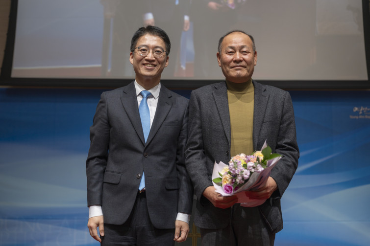 YTo1ODp7czo4OiJGaWxlTmFtZSI7czo0MDoiYjg4NmU3NjItMjYxYS00YjVlLTlkOWMtYzVkMTBmOTllZjhjLmpwZyI7czoxMjoiRmlsZURhdGVUaW1lIjtpOjE3Njg4ODY1MTg7czo4OiJGaWxlU2l6ZSI7aTo5ODE0MzU7czo4OiJGaWxlVHlwZSI7aToyO3M6ODoiTWltZVR5cGUiO3M6MTA6ImltYWdlL2pwZWciO3M6MTM6IlNlY3Rpb25zRm91bmQiO3M6MzA6IkFOWV9UQUcsIElGRDAsIFRIVU1CTkFJTCwgRVhJRiI7czo4OiJDT01QVVRFRCI7YTo5OntzOjQ6Imh0bWwiO3M6MjY6IndpZHRoPSIxNzAyIiBoZWlnaHQ9IjExMzUiIjtzOjY6IkhlaWdodCI7aToxMTM1O3M6NToiV2lkdGgiO2k6MTcwMjtzOjc6IklzQ29sb3IiO2k6MTtzOjE3OiJCeXRlT3JkZXJNb3Rvcm9sYSI7aTowO3M6MTU6IkFwZXJ0dXJlRk51bWJlciI7czo1OiJmLzIuOCI7czo5OiJDb3B5cmlnaHQiO3M6NDoiWUFCQyI7czoxODoiVGh1bWJuYWlsLkZpbGVUeXBlIjtpOjI7czoxODoiVGh1bWJuYWlsLk1pbWVUeXBlIjtzOjEwOiJpbWFnZS9qcGVnIjt9czo0OiJNYWtlIjtzOjQ6IlNPTlkiO3M6NToiTW9kZWwiO3M6ODoiSUxDRS03TTQiO3M6MTE6IlhSZXNvbHV0aW9uIjtzOjU6IjI0MC8xIjtzOjExOiJZUmVzb2x1dGlvbiI7czo1OiIyNDAvMSI7czoxNDoiUmVzb2x1dGlvblVuaXQiO2k6MjtzOjg6IlNvZnR3YXJlIjtzOjUyOiJBZG9iZSBQaG90b3Nob3AgTGlnaHRyb29tIENsYXNzaWMgMTQuMS4xIChNYWNpbnRvc2gpIjtzOjg6IkRhdGVUaW1lIjtzOjE5OiIyMDI2OjAxOjE5IDIxOjI4OjMyIjtzOjY6IkFydGlzdCI7czo3OiJZQUJDX1NHIjtzOjk6IkNvcHlyaWdodCI7czo0OiJZQUJDIjtzOjE2OiJFeGlmX0lGRF9Qb2ludGVyIjtpOjI1NDtzOjk6IlRIVU1CTkFJTCI7YTo2OntzOjExOiJDb21wcmVzc2lvbiI7aTo2O3M6MTE6IlhSZXNvbHV0aW9uIjtzOjQ6IjcyLzEiO3M6MTE6IllSZXNvbHV0aW9uIjtzOjQ6IjcyLzEiO3M6MTQ6IlJlc29sdXRpb25Vbml0IjtpOjI7czoyMToiSlBFR0ludGVyY2hhbmdlRm9ybWF0IjtpOjEwNDA7czoyNzoiSlBFR0ludGVyY2hhbmdlRm9ybWF0TGVuZ3RoIjtpOjEwNjAyO31zOjEyOiJFeHBvc3VyZVRpbWUiO3M6NToiMS8yMDAiO3M6NzoiRk51bWJlciI7czo1OiIyOC8xMCI7czoxNToiRXhwb3N1cmVQcm9ncmFtIjtpOjE7czoxNToiSVNPU3BlZWRSYXRpbmdzIjtpOjEyNTtzOjE5OiJVbmRlZmluZWRUYWc6MHg4ODMwIjtpOjI7czoxOToiVW5kZWZpbmVkVGFnOjB4ODgzMiI7aToxMjU7czoxMToiRXhpZlZlcnNpb24iO3M6NDoiMDIzMiI7czoxNjoiRGF0ZVRpbWVPcmlnaW5hbCI7czoxOToiMjAyNjowMToxOCAxNDoxNzoyNSI7czoxNzoiRGF0ZVRpbWVEaWdpdGl6ZWQiO3M6MTk6IjIwMjY6MDE6MTggMTQ6MTc6MjUiO3M6MTk6IlVuZGVmaW5lZFRhZzoweDkwMTAiO3M6NjoiKzA5OjAwIjtzOjE5OiJVbmRlZmluZWRUYWc6MHg5MDExIjtzOjY6IiswOTowMCI7czoxOToiVW5kZWZpbmVkVGFnOjB4OTAxMiI7czo2OiIrMDk6MDAiO3M6MTc6IlNodXR0ZXJTcGVlZFZhbHVlIjtzOjE1OiI3NjQzODU2LzEwMDAwMDAiO3M6MTM6IkFwZXJ0dXJlVmFsdWUiO3M6MTU6IjI5NzA4NTQvMTAwMDAwMCI7czoxNToiQnJpZ2h0bmVzc1ZhbHVlIjtzOjk6IjgzMzQvMjU2MCI7czoxNzoiRXhwb3N1cmVCaWFzVmFsdWUiO3M6NDoiMC8xMCI7czoxNjoiTWF4QXBlcnR1cmVWYWx1ZSI7czo3OiI3NjAvMjU2IjtzOjEyOiJNZXRlcmluZ01vZGUiO2k6NTtzOjExOiJMaWdodFNvdXJjZSI7aToyNTU7czo1OiJGbGFzaCI7aToxMztzOjExOiJGb2NhbExlbmd0aCI7czo2OiI0OTAvMTAiO3M6MTg6IlN1YlNlY1RpbWVPcmlnaW5hbCI7czozOiIwODMiO3M6MTk6IlN1YlNlY1RpbWVEaWdpdGl6ZWQiO3M6MzoiMDgzIjtzOjEwOiJDb2xvclNwYWNlIjtpOjY1NTM1O3M6MjE6IkZvY2FsUGxhbmVYUmVzb2x1dGlvbiI7czoxNDoiNjQ0NDkzMzkvMzI3NjgiO3M6MjE6IkZvY2FsUGxhbmVZUmVzb2x1dGlvbiI7czoxNDoiNjQ0NDkzMzkvMzI3NjgiO3M6MjQ6IkZvY2FsUGxhbmVSZXNvbHV0aW9uVW5pdCI7aTozO3M6MTA6IkZpbGVTb3VyY2UiO3M6MToiAyI7czo5OiJTY2VuZVR5cGUiO3M6MToiASI7czoxNDoiQ3VzdG9tUmVuZGVyZWQiO2k6MDtzOjEyOiJFeHBvc3VyZU1vZGUiO2k6MTtzOjEyOiJXaGl0ZUJhbGFuY2UiO2k6MTtzOjE2OiJEaWdpdGFsWm9vbVJhdGlvIjtzOjU6IjE2LzE2IjtzOjIxOiJGb2NhbExlbmd0aEluMzVtbUZpbG0iO2k6NDk7czoxNjoiU2NlbmVDYXB0dXJlVHlwZSI7aTowO3M6ODoiQ29udHJhc3QiO2k6MTtzOjEwOiJTYXR1cmF0aW9uIjtpOjE7czo5OiJTaGFycG5lc3MiO2k6MDtzOjE5OiJVbmRlZmluZWRUYWc6MHhBNDMyIjthOjQ6e2k6MDtzOjY6IjI0MC8xMCI7aToxO3M6NjoiNzAwLzEwIjtpOjI7czo1OiIyOC8xMCI7aTozO3M6NToiMjgvMTAiO31zOjE5OiJVbmRlZmluZWRUYWc6MHhBNDM0IjtzOjIxOiJGRSAyNC03MG1tIEYyLjggR00gSUkiO30=