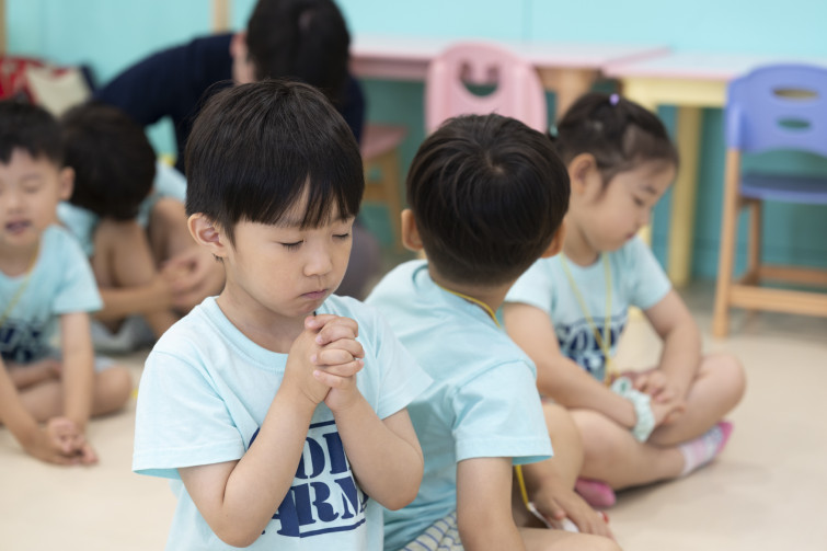 YTo1ODp7czo4OiJGaWxlTmFtZSI7czo0MDoiYjkwNWVkNDctMzExMy00MGY0LWJmM2QtNzM1YWI3NDFjNjkyLmpwZyI7czoxMjoiRmlsZURhdGVUaW1lIjtpOjE3NTMxNDY1NDg7czo4OiJGaWxlU2l6ZSI7aTo4Njk2NzM7czo4OiJGaWxlVHlwZSI7aToyO3M6ODoiTWltZVR5cGUiO3M6MTA6ImltYWdlL2pwZWciO3M6MTM6IlNlY3Rpb25zRm91bmQiO3M6MzA6IkFOWV9UQUcsIElGRDAsIFRIVU1CTkFJTCwgRVhJRiI7czo4OiJDT01QVVRFRCI7YTo5OntzOjQ6Imh0bWwiO3M6MjY6IndpZHRoPSIxNzUyIiBoZWlnaHQ9IjExNjgiIjtzOjY6IkhlaWdodCI7aToxMTY4O3M6NToiV2lkdGgiO2k6MTc1MjtzOjc6IklzQ29sb3IiO2k6MTtzOjE3OiJCeXRlT3JkZXJNb3Rvcm9sYSI7aTowO3M6MTU6IkFwZXJ0dXJlRk51bWJlciI7czo1OiJmLzIuOCI7czo5OiJDb3B5cmlnaHQiO3M6NDoiWUFCQyI7czoxODoiVGh1bWJuYWlsLkZpbGVUeXBlIjtpOjI7czoxODoiVGh1bWJuYWlsLk1pbWVUeXBlIjtzOjEwOiJpbWFnZS9qcGVnIjt9czo0OiJNYWtlIjtzOjQ6IlNPTlkiO3M6NToiTW9kZWwiO3M6ODoiSUxDRS03TTQiO3M6MTE6IlhSZXNvbHV0aW9uIjtzOjU6IjI0MC8xIjtzOjExOiJZUmVzb2x1dGlvbiI7czo1OiIyNDAvMSI7czoxNDoiUmVzb2x1dGlvblVuaXQiO2k6MjtzOjg6IlNvZnR3YXJlIjtzOjUwOiJBZG9iZSBQaG90b3Nob3AgTGlnaHRyb29tIENsYXNzaWMgMTQuNCAoTWFjaW50b3NoKSI7czo4OiJEYXRlVGltZSI7czoxOToiMjAyNTowNzoyMiAwOTo1ODo1MSI7czo2OiJBcnRpc3QiO3M6NzoiWUFCQ19TRyI7czo5OiJDb3B5cmlnaHQiO3M6NDoiWUFCQyI7czoxNjoiRXhpZl9JRkRfUG9pbnRlciI7aToyNTI7czo5OiJUSFVNQk5BSUwiO2E6Njp7czoxMToiQ29tcHJlc3Npb24iO2k6NjtzOjExOiJYUmVzb2x1dGlvbiI7czo0OiI3Mi8xIjtzOjExOiJZUmVzb2x1dGlvbiI7czo0OiI3Mi8xIjtzOjE0OiJSZXNvbHV0aW9uVW5pdCI7aToyO3M6MjE6IkpQRUdJbnRlcmNoYW5nZUZvcm1hdCI7aToxMDM4O3M6Mjc6IkpQRUdJbnRlcmNoYW5nZUZvcm1hdExlbmd0aCI7aToxMzcyODt9czoxMjoiRXhwb3N1cmVUaW1lIjtzOjQ6IjEvNjAiO3M6NzoiRk51bWJlciI7czo1OiIyOC8xMCI7czoxNToiRXhwb3N1cmVQcm9ncmFtIjtpOjE7czoxNToiSVNPU3BlZWRSYXRpbmdzIjtpOjMyMDtzOjE5OiJVbmRlZmluZWRUYWc6MHg4ODMwIjtpOjI7czoxOToiVW5kZWZpbmVkVGFnOjB4ODgzMiI7aTozMjA7czoxMToiRXhpZlZlcnNpb24iO3M6NDoiMDIzMiI7czoxNjoiRGF0ZVRpbWVPcmlnaW5hbCI7czoxOToiMjAyNTowNzoyMCAxMjowNDo0OCI7czoxNzoiRGF0ZVRpbWVEaWdpdGl6ZWQiO3M6MTk6IjIwMjU6MDc6MjAgMTI6MDQ6NDgiO3M6MTk6IlVuZGVmaW5lZFRhZzoweDkwMTAiO3M6NjoiKzA5OjAwIjtzOjE5OiJVbmRlZmluZWRUYWc6MHg5MDExIjtzOjY6IiswOTowMCI7czoxOToiVW5kZWZpbmVkVGFnOjB4OTAxMiI7czo2OiIrMDk6MDAiO3M6MTc6IlNodXR0ZXJTcGVlZFZhbHVlIjtzOjE1OiI1OTA2ODkxLzEwMDAwMDAiO3M6MTM6IkFwZXJ0dXJlVmFsdWUiO3M6MTU6IjI5NzA4NTQvMTAwMDAwMCI7czoxNToiQnJpZ2h0bmVzc1ZhbHVlIjtzOjk6IjgwMjQvMjU2MCI7czoxNzoiRXhwb3N1cmVCaWFzVmFsdWUiO3M6NDoiMC8xMCI7czoxNjoiTWF4QXBlcnR1cmVWYWx1ZSI7czo3OiI3NjAvMjU2IjtzOjEyOiJNZXRlcmluZ01vZGUiO2k6NTtzOjExOiJMaWdodFNvdXJjZSI7aTowO3M6NToiRmxhc2giO2k6MTM7czoxMToiRm9jYWxMZW5ndGgiO3M6NjoiNzAwLzEwIjtzOjE4OiJTdWJTZWNUaW1lT3JpZ2luYWwiO3M6MzoiMzgwIjtzOjE5OiJTdWJTZWNUaW1lRGlnaXRpemVkIjtzOjM6IjM4MCI7czoxMDoiQ29sb3JTcGFjZSI7aTo2NTUzNTtzOjIxOiJGb2NhbFBsYW5lWFJlc29sdXRpb24iO3M6MTQ6IjY0NDQ5MzM5LzMyNzY4IjtzOjIxOiJGb2NhbFBsYW5lWVJlc29sdXRpb24iO3M6MTQ6IjY0NDQ5MzM5LzMyNzY4IjtzOjI0OiJGb2NhbFBsYW5lUmVzb2x1dGlvblVuaXQiO2k6MztzOjEwOiJGaWxlU291cmNlIjtzOjE6IgMiO3M6OToiU2NlbmVUeXBlIjtzOjE6IgEiO3M6MTQ6IkN1c3RvbVJlbmRlcmVkIjtpOjA7czoxMjoiRXhwb3N1cmVNb2RlIjtpOjE7czoxMjoiV2hpdGVCYWxhbmNlIjtpOjE7czoxNjoiRGlnaXRhbFpvb21SYXRpbyI7czo1OiIxNi8xNiI7czoyMToiRm9jYWxMZW5ndGhJbjM1bW1GaWxtIjtpOjcwO3M6MTY6IlNjZW5lQ2FwdHVyZVR5cGUiO2k6MDtzOjg6IkNvbnRyYXN0IjtpOjA7czoxMDoiU2F0dXJhdGlvbiI7aTowO3M6OToiU2hhcnBuZXNzIjtpOjA7czoxOToiVW5kZWZpbmVkVGFnOjB4QTQzMiI7YTo0OntpOjA7czo2OiIyNDAvMTAiO2k6MTtzOjY6IjcwMC8xMCI7aToyO3M6NToiMjgvMTAiO2k6MztzOjU6IjI4LzEwIjt9czoxOToiVW5kZWZpbmVkVGFnOjB4QTQzNCI7czoyMToiRkUgMjQtNzBtbSBGMi44IEdNIElJIjt9