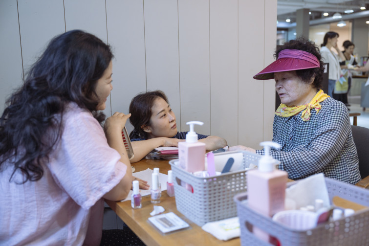 YTo1ODp7czo4OiJGaWxlTmFtZSI7czo0MDoiYjlhZjMxZmItNGYxMi00YThhLWEyZjItZDQyZTU1YWMxODhlLmpwZyI7czoxMjoiRmlsZURhdGVUaW1lIjtpOjE3NTI3Mzg5OTM7czo4OiJGaWxlU2l6ZSI7aToxMTIyNjk1O3M6ODoiRmlsZVR5cGUiO2k6MjtzOjg6Ik1pbWVUeXBlIjtzOjEwOiJpbWFnZS9qcGVnIjtzOjEzOiJTZWN0aW9uc0ZvdW5kIjtzOjMwOiJBTllfVEFHLCBJRkQwLCBUSFVNQk5BSUwsIEVYSUYiO3M6ODoiQ09NUFVURUQiO2E6OTp7czo0OiJodG1sIjtzOjI2OiJ3aWR0aD0iMTc1MiIgaGVpZ2h0PSIxMTY4IiI7czo2OiJIZWlnaHQiO2k6MTE2ODtzOjU6IldpZHRoIjtpOjE3NTI7czo3OiJJc0NvbG9yIjtpOjE7czoxNzoiQnl0ZU9yZGVyTW90b3JvbGEiO2k6MDtzOjE1OiJBcGVydHVyZUZOdW1iZXIiO3M6NToiZi8yLjgiO3M6OToiQ29weXJpZ2h0IjtzOjQ6IllBQkMiO3M6MTg6IlRodW1ibmFpbC5GaWxlVHlwZSI7aToyO3M6MTg6IlRodW1ibmFpbC5NaW1lVHlwZSI7czoxMDoiaW1hZ2UvanBlZyI7fXM6NDoiTWFrZSI7czo0OiJTT05ZIjtzOjU6Ik1vZGVsIjtzOjg6IklMQ0UtN000IjtzOjExOiJYUmVzb2x1dGlvbiI7czo1OiIyNDAvMSI7czoxMToiWVJlc29sdXRpb24iO3M6NToiMjQwLzEiO3M6MTQ6IlJlc29sdXRpb25Vbml0IjtpOjI7czo4OiJTb2Z0d2FyZSI7czo1MDoiQWRvYmUgUGhvdG9zaG9wIExpZ2h0cm9vbSBDbGFzc2ljIDE0LjQgKE1hY2ludG9zaCkiO3M6ODoiRGF0ZVRpbWUiO3M6MTk6IjIwMjU6MDc6MTcgMTY6NTE6MTkiO3M6NjoiQXJ0aXN0IjtzOjc6IllBQkNfU0ciO3M6OToiQ29weXJpZ2h0IjtzOjQ6IllBQkMiO3M6MTY6IkV4aWZfSUZEX1BvaW50ZXIiO2k6MjUyO3M6OToiVEhVTUJOQUlMIjthOjY6e3M6MTE6IkNvbXByZXNzaW9uIjtpOjY7czoxMToiWFJlc29sdXRpb24iO3M6NDoiNzIvMSI7czoxMToiWVJlc29sdXRpb24iO3M6NDoiNzIvMSI7czoxNDoiUmVzb2x1dGlvblVuaXQiO2k6MjtzOjIxOiJKUEVHSW50ZXJjaGFuZ2VGb3JtYXQiO2k6MTAzODtzOjI3OiJKUEVHSW50ZXJjaGFuZ2VGb3JtYXRMZW5ndGgiO2k6MTQzODk7fXM6MTI6IkV4cG9zdXJlVGltZSI7czo1OiIxLzEwMCI7czo3OiJGTnVtYmVyIjtzOjU6IjI4LzEwIjtzOjE1OiJFeHBvc3VyZVByb2dyYW0iO2k6MTtzOjE1OiJJU09TcGVlZFJhdGluZ3MiO2k6MzIwO3M6MTk6IlVuZGVmaW5lZFRhZzoweDg4MzAiO2k6MjtzOjE5OiJVbmRlZmluZWRUYWc6MHg4ODMyIjtpOjMyMDtzOjExOiJFeGlmVmVyc2lvbiI7czo0OiIwMjMyIjtzOjE2OiJEYXRlVGltZU9yaWdpbmFsIjtzOjE5OiIyMDI1OjA3OjE3IDA5OjU1OjAyIjtzOjE3OiJEYXRlVGltZURpZ2l0aXplZCI7czoxOToiMjAyNTowNzoxNyAwOTo1NTowMiI7czoxOToiVW5kZWZpbmVkVGFnOjB4OTAxMCI7czo2OiIrMDk6MDAiO3M6MTk6IlVuZGVmaW5lZFRhZzoweDkwMTEiO3M6NjoiKzA5OjAwIjtzOjE5OiJVbmRlZmluZWRUYWc6MHg5MDEyIjtzOjY6IiswOTowMCI7czoxNzoiU2h1dHRlclNwZWVkVmFsdWUiO3M6MTU6IjY2NDM4NTYvMTAwMDAwMCI7czoxMzoiQXBlcnR1cmVWYWx1ZSI7czoxNToiMjk3MDg1NC8xMDAwMDAwIjtzOjE1OiJCcmlnaHRuZXNzVmFsdWUiO3M6OToiNjY5NC8yNTYwIjtzOjE3OiJFeHBvc3VyZUJpYXNWYWx1ZSI7czo0OiIwLzEwIjtzOjE2OiJNYXhBcGVydHVyZVZhbHVlIjtzOjc6Ijc2MC8yNTYiO3M6MTI6Ik1ldGVyaW5nTW9kZSI7aTo1O3M6MTE6IkxpZ2h0U291cmNlIjtpOjA7czo1OiJGbGFzaCI7aToxNjtzOjExOiJGb2NhbExlbmd0aCI7czo2OiIzNTAvMTAiO3M6MTg6IlN1YlNlY1RpbWVPcmlnaW5hbCI7czozOiI5NDUiO3M6MTk6IlN1YlNlY1RpbWVEaWdpdGl6ZWQiO3M6MzoiOTQ1IjtzOjEwOiJDb2xvclNwYWNlIjtpOjY1NTM1O3M6MjE6IkZvY2FsUGxhbmVYUmVzb2x1dGlvbiI7czoxNDoiNjQ0NDkzMzkvMzI3NjgiO3M6MjE6IkZvY2FsUGxhbmVZUmVzb2x1dGlvbiI7czoxNDoiNjQ0NDkzMzkvMzI3NjgiO3M6MjQ6IkZvY2FsUGxhbmVSZXNvbHV0aW9uVW5pdCI7aTozO3M6MTA6IkZpbGVTb3VyY2UiO3M6MToiAyI7czo5OiJTY2VuZVR5cGUiO3M6MToiASI7czoxNDoiQ3VzdG9tUmVuZGVyZWQiO2k6MDtzOjEyOiJFeHBvc3VyZU1vZGUiO2k6MTtzOjEyOiJXaGl0ZUJhbGFuY2UiO2k6MTtzOjE2OiJEaWdpdGFsWm9vbVJhdGlvIjtzOjU6IjE2LzE2IjtzOjIxOiJGb2NhbExlbmd0aEluMzVtbUZpbG0iO2k6MzU7czoxNjoiU2NlbmVDYXB0dXJlVHlwZSI7aTowO3M6ODoiQ29udHJhc3QiO2k6MDtzOjEwOiJTYXR1cmF0aW9uIjtpOjA7czo5OiJTaGFycG5lc3MiO2k6MDtzOjE5OiJVbmRlZmluZWRUYWc6MHhBNDMyIjthOjQ6e2k6MDtzOjY6IjI0MC8xMCI7aToxO3M6NjoiNzAwLzEwIjtpOjI7czo1OiIyOC8xMCI7aTozO3M6NToiMjgvMTAiO31zOjE5OiJVbmRlZmluZWRUYWc6MHhBNDM0IjtzOjIxOiJGRSAyNC03MG1tIEYyLjggR00gSUkiO30=