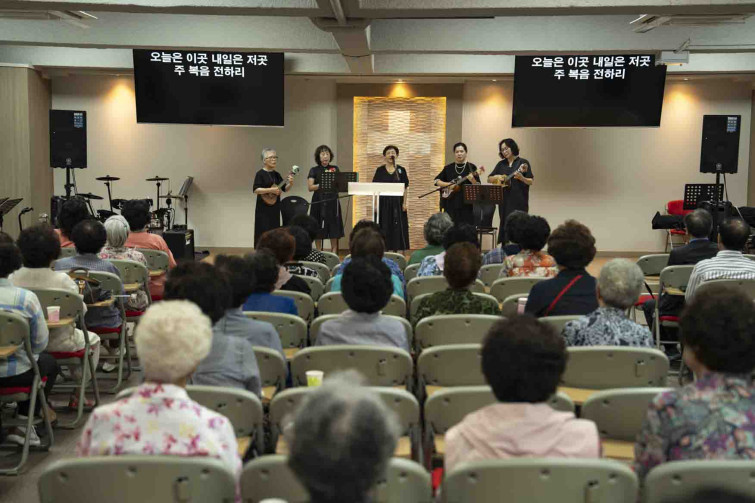 YTo1ODp7czo4OiJGaWxlTmFtZSI7czo0MDoiYmFjZjM4NTYtYzczMi00MWRkLThhNDUtOTRiOTZhM2FmZWFiLmpwZyI7czoxMjoiRmlsZURhdGVUaW1lIjtpOjE3NTg1OTU5NTM7czo4OiJGaWxlU2l6ZSI7aToxMjA1NTU7czo4OiJGaWxlVHlwZSI7aToyO3M6ODoiTWltZVR5cGUiO3M6MTA6ImltYWdlL2pwZWciO3M6MTM6IlNlY3Rpb25zRm91bmQiO3M6MzA6IkFOWV9UQUcsIElGRDAsIFRIVU1CTkFJTCwgRVhJRiI7czo4OiJDT01QVVRFRCI7YTo5OntzOjQ6Imh0bWwiO3M6MjY6IndpZHRoPSIxNzUyIiBoZWlnaHQ9IjExNjgiIjtzOjY6IkhlaWdodCI7aToxMTY4O3M6NToiV2lkdGgiO2k6MTc1MjtzOjc6IklzQ29sb3IiO2k6MTtzOjE3OiJCeXRlT3JkZXJNb3Rvcm9sYSI7aTowO3M6MTU6IkFwZXJ0dXJlRk51bWJlciI7czo1OiJmLzMuMiI7czo5OiJDb3B5cmlnaHQiO3M6NDoiWUFCQyI7czoxODoiVGh1bWJuYWlsLkZpbGVUeXBlIjtpOjI7czoxODoiVGh1bWJuYWlsLk1pbWVUeXBlIjtzOjEwOiJpbWFnZS9qcGVnIjt9czo0OiJNYWtlIjtzOjQ6IlNPTlkiO3M6NToiTW9kZWwiO3M6ODoiSUxDRS03TTQiO3M6MTE6IlhSZXNvbHV0aW9uIjtzOjU6IjI0MC8xIjtzOjExOiJZUmVzb2x1dGlvbiI7czo1OiIyNDAvMSI7czoxNDoiUmVzb2x1dGlvblVuaXQiO2k6MjtzOjg6IlNvZnR3YXJlIjtzOjUyOiJBZG9iZSBQaG90b3Nob3AgTGlnaHRyb29tIENsYXNzaWMgMTQuMS4xIChNYWNpbnRvc2gpIjtzOjg6IkRhdGVUaW1lIjtzOjE5OiIyMDI1OjA5OjIzIDExOjUwOjEyIjtzOjY6IkFydGlzdCI7czo3OiJZQUJDX1NHIjtzOjk6IkNvcHlyaWdodCI7czo0OiJZQUJDIjtzOjE2OiJFeGlmX0lGRF9Qb2ludGVyIjtpOjI1NDtzOjk6IlRIVU1CTkFJTCI7YTo2OntzOjExOiJDb21wcmVzc2lvbiI7aTo2O3M6MTE6IlhSZXNvbHV0aW9uIjtzOjQ6IjcyLzEiO3M6MTE6IllSZXNvbHV0aW9uIjtzOjQ6IjcyLzEiO3M6MTQ6IlJlc29sdXRpb25Vbml0IjtpOjI7czoyMToiSlBFR0ludGVyY2hhbmdlRm9ybWF0IjtpOjEwNDA7czoyNzoiSlBFR0ludGVyY2hhbmdlRm9ybWF0TGVuZ3RoIjtpOjE3NTE2O31zOjEyOiJFeHBvc3VyZVRpbWUiO3M6NToiMS8xMDAiO3M6NzoiRk51bWJlciI7czo1OiIzMi8xMCI7czoxNToiRXhwb3N1cmVQcm9ncmFtIjtpOjE7czoxNToiSVNPU3BlZWRSYXRpbmdzIjtpOjIwMDtzOjE5OiJVbmRlZmluZWRUYWc6MHg4ODMwIjtpOjI7czoxOToiVW5kZWZpbmVkVGFnOjB4ODgzMiI7aToyMDA7czoxMToiRXhpZlZlcnNpb24iO3M6NDoiMDIzMiI7czoxNjoiRGF0ZVRpbWVPcmlnaW5hbCI7czoxOToiMjAyNTowOToxOSAxMDoxMDowMyI7czoxNzoiRGF0ZVRpbWVEaWdpdGl6ZWQiO3M6MTk6IjIwMjU6MDk6MTkgMTA6MTA6MDMiO3M6MTk6IlVuZGVmaW5lZFRhZzoweDkwMTAiO3M6NjoiKzA5OjAwIjtzOjE5OiJVbmRlZmluZWRUYWc6MHg5MDExIjtzOjY6IiswOTowMCI7czoxOToiVW5kZWZpbmVkVGFnOjB4OTAxMiI7czo2OiIrMDk6MDAiO3M6MTc6IlNodXR0ZXJTcGVlZFZhbHVlIjtzOjE1OiI2NjQzODU2LzEwMDAwMDAiO3M6MTM6IkFwZXJ0dXJlVmFsdWUiO3M6MTU6IjMzNTYxNDQvMTAwMDAwMCI7czoxNToiQnJpZ2h0bmVzc1ZhbHVlIjtzOjk6IjU3NTQvMjU2MCI7czoxNzoiRXhwb3N1cmVCaWFzVmFsdWUiO3M6NDoiMC8xMCI7czoxNjoiTWF4QXBlcnR1cmVWYWx1ZSI7czo3OiI3NjAvMjU2IjtzOjEyOiJNZXRlcmluZ01vZGUiO2k6NTtzOjExOiJMaWdodFNvdXJjZSI7aToyNTU7czo1OiJGbGFzaCI7aToxMztzOjExOiJGb2NhbExlbmd0aCI7czo2OiI1NTAvMTAiO3M6MTg6IlN1YlNlY1RpbWVPcmlnaW5hbCI7czozOiI1MjMiO3M6MTk6IlN1YlNlY1RpbWVEaWdpdGl6ZWQiO3M6MzoiNTIzIjtzOjEwOiJDb2xvclNwYWNlIjtpOjY1NTM1O3M6MjE6IkZvY2FsUGxhbmVYUmVzb2x1dGlvbiI7czoxNDoiNjQ0NDkzMzkvMzI3NjgiO3M6MjE6IkZvY2FsUGxhbmVZUmVzb2x1dGlvbiI7czoxNDoiNjQ0NDkzMzkvMzI3NjgiO3M6MjQ6IkZvY2FsUGxhbmVSZXNvbHV0aW9uVW5pdCI7aTozO3M6MTA6IkZpbGVTb3VyY2UiO3M6MToiAyI7czo5OiJTY2VuZVR5cGUiO3M6MToiASI7czoxNDoiQ3VzdG9tUmVuZGVyZWQiO2k6MDtzOjEyOiJFeHBvc3VyZU1vZGUiO2k6MTtzOjEyOiJXaGl0ZUJhbGFuY2UiO2k6MTtzOjE2OiJEaWdpdGFsWm9vbVJhdGlvIjtzOjU6IjE2LzE2IjtzOjIxOiJGb2NhbExlbmd0aEluMzVtbUZpbG0iO2k6NTU7czoxNjoiU2NlbmVDYXB0dXJlVHlwZSI7aTowO3M6ODoiQ29udHJhc3QiO2k6MDtzOjEwOiJTYXR1cmF0aW9uIjtpOjA7czo5OiJTaGFycG5lc3MiO2k6MDtzOjE5OiJVbmRlZmluZWRUYWc6MHhBNDMyIjthOjQ6e2k6MDtzOjY6IjI0MC8xMCI7aToxO3M6NjoiNzAwLzEwIjtpOjI7czo1OiIyOC8xMCI7aTozO3M6NToiMjgvMTAiO31zOjE5OiJVbmRlZmluZWRUYWc6MHhBNDM0IjtzOjIxOiJGRSAyNC03MG1tIEYyLjggR00gSUkiO30=