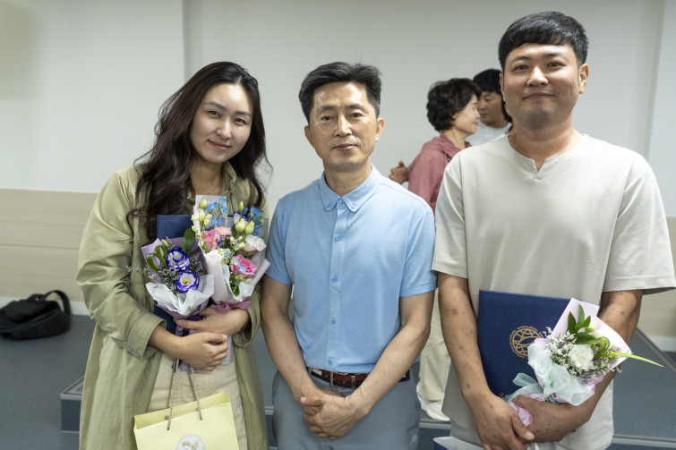 YTo1ODp7czo4OiJGaWxlTmFtZSI7czo0MDoiYmFlMWZhNWYtOTg4My00ZDY2LWFhMTgtZjQ4OTc4ZjNmYWE5LmpwZyI7czoxMjoiRmlsZURhdGVUaW1lIjtpOjE3MTgxNTU2NzI7czo4OiJGaWxlU2l6ZSI7aToxMzEzOTI3O3M6ODoiRmlsZVR5cGUiO2k6MjtzOjg6Ik1pbWVUeXBlIjtzOjEwOiJpbWFnZS9qcGVnIjtzOjEzOiJTZWN0aW9uc0ZvdW5kIjtzOjMwOiJBTllfVEFHLCBJRkQwLCBUSFVNQk5BSUwsIEVYSUYiO3M6ODoiQ09NUFVURUQiO2E6OTp7czo0OiJodG1sIjtzOjI2OiJ3aWR0aD0iMTc1MiIgaGVpZ2h0PSIxMTY4IiI7czo2OiJIZWlnaHQiO2k6MTE2ODtzOjU6IldpZHRoIjtpOjE3NTI7czo3OiJJc0NvbG9yIjtpOjE7czoxNzoiQnl0ZU9yZGVyTW90b3JvbGEiO2k6MDtzOjE1OiJBcGVydHVyZUZOdW1iZXIiO3M6NToiZi81LjAiO3M6OToiQ29weXJpZ2h0IjtzOjQ6IllBQkMiO3M6MTg6IlRodW1ibmFpbC5GaWxlVHlwZSI7aToyO3M6MTg6IlRodW1ibmFpbC5NaW1lVHlwZSI7czoxMDoiaW1hZ2UvanBlZyI7fXM6NDoiTWFrZSI7czo0OiJTT05ZIjtzOjU6Ik1vZGVsIjtzOjg6IklMQ0UtN000IjtzOjExOiJYUmVzb2x1dGlvbiI7czo1OiIyNDAvMSI7czoxMToiWVJlc29sdXRpb24iO3M6NToiMjQwLzEiO3M6MTQ6IlJlc29sdXRpb25Vbml0IjtpOjI7czo4OiJTb2Z0d2FyZSI7czo1MjoiQWRvYmUgUGhvdG9zaG9wIExpZ2h0cm9vbSBDbGFzc2ljIDEzLjMuMSAoTWFjaW50b3NoKSI7czo4OiJEYXRlVGltZSI7czoxOToiMjAyNDowNjowNyAxMTozNzo1MyI7czo2OiJBcnRpc3QiO3M6NzoiWUFCQ19TRyI7czo5OiJDb3B5cmlnaHQiO3M6NDoiWUFCQyI7czoxNjoiRXhpZl9JRkRfUG9pbnRlciI7aToyNTQ7czo5OiJUSFVNQk5BSUwiO2E6Njp7czoxMToiQ29tcHJlc3Npb24iO2k6NjtzOjExOiJYUmVzb2x1dGlvbiI7czo0OiI3Mi8xIjtzOjExOiJZUmVzb2x1dGlvbiI7czo0OiI3Mi8xIjtzOjE0OiJSZXNvbHV0aW9uVW5pdCI7aToyO3M6MjE6IkpQRUdJbnRlcmNoYW5nZUZvcm1hdCI7aToxMDQwO3M6Mjc6IkpQRUdJbnRlcmNoYW5nZUZvcm1hdExlbmd0aCI7aToxNDMwNTt9czoxMjoiRXhwb3N1cmVUaW1lIjtzOjU6IjEvMTYwIjtzOjc6IkZOdW1iZXIiO3M6MzoiNS8xIjtzOjE1OiJFeHBvc3VyZVByb2dyYW0iO2k6MTtzOjE1OiJJU09TcGVlZFJhdGluZ3MiO2k6NjQwO3M6MTk6IlVuZGVmaW5lZFRhZzoweDg4MzAiO2k6MjtzOjE5OiJVbmRlZmluZWRUYWc6MHg4ODMyIjtpOjY0MDtzOjExOiJFeGlmVmVyc2lvbiI7czo0OiIwMjMyIjtzOjE2OiJEYXRlVGltZU9yaWdpbmFsIjtzOjE5OiIyMDI0OjA2OjAxIDEyOjEzOjA0IjtzOjE3OiJEYXRlVGltZURpZ2l0aXplZCI7czoxOToiMjAyNDowNjowMSAxMjoxMzowNCI7czoxOToiVW5kZWZpbmVkVGFnOjB4OTAxMCI7czo2OiIrMDk6MDAiO3M6MTk6IlVuZGVmaW5lZFRhZzoweDkwMTEiO3M6NjoiKzA5OjAwIjtzOjE5OiJVbmRlZmluZWRUYWc6MHg5MDEyIjtzOjY6IiswOTowMCI7czoxNzoiU2h1dHRlclNwZWVkVmFsdWUiO3M6MTU6IjczMjE5MjgvMTAwMDAwMCI7czoxMzoiQXBlcnR1cmVWYWx1ZSI7czoxNToiNDY0Mzg1Ni8xMDAwMDAwIjtzOjE1OiJCcmlnaHRuZXNzVmFsdWUiO3M6OToiODg4NC8yNTYwIjtzOjE3OiJFeHBvc3VyZUJpYXNWYWx1ZSI7czo0OiIwLzEwIjtzOjE2OiJNYXhBcGVydHVyZVZhbHVlIjtzOjg6IjEwMjQvMjU2IjtzOjEyOiJNZXRlcmluZ01vZGUiO2k6MjU1O3M6MTE6IkxpZ2h0U291cmNlIjtpOjA7czo1OiJGbGFzaCI7aToxNjtzOjExOiJGb2NhbExlbmd0aCI7czo2OiIzMjAvMTAiO3M6MTg6IlN1YlNlY1RpbWVPcmlnaW5hbCI7czozOiIyMjYiO3M6MTk6IlN1YlNlY1RpbWVEaWdpdGl6ZWQiO3M6MzoiMjI2IjtzOjEwOiJDb2xvclNwYWNlIjtpOjY1NTM1O3M6MjE6IkZvY2FsUGxhbmVYUmVzb2x1dGlvbiI7czoxNDoiNjQ0NDkzMzkvMzI3NjgiO3M6MjE6IkZvY2FsUGxhbmVZUmVzb2x1dGlvbiI7czoxNDoiNjQ0NDkzMzkvMzI3NjgiO3M6MjQ6IkZvY2FsUGxhbmVSZXNvbHV0aW9uVW5pdCI7aTozO3M6MTA6IkZpbGVTb3VyY2UiO3M6MToiAyI7czo5OiJTY2VuZVR5cGUiO3M6MToiASI7czoxNDoiQ3VzdG9tUmVuZGVyZWQiO2k6MDtzOjEyOiJFeHBvc3VyZU1vZGUiO2k6MTtzOjEyOiJXaGl0ZUJhbGFuY2UiO2k6MTtzOjE2OiJEaWdpdGFsWm9vbVJhdGlvIjtzOjU6IjE2LzE2IjtzOjIxOiJGb2NhbExlbmd0aEluMzVtbUZpbG0iO2k6MzI7czoxNjoiU2NlbmVDYXB0dXJlVHlwZSI7aTowO3M6ODoiQ29udHJhc3QiO2k6MDtzOjEwOiJTYXR1cmF0aW9uIjtpOjA7czo5OiJTaGFycG5lc3MiO2k6MDtzOjE5OiJVbmRlZmluZWRUYWc6MHhBNDMyIjthOjQ6e2k6MDtzOjY6IjI0MC8xMCI7aToxO3M6NzoiMTA1MC8xMCI7aToyO3M6NToiNDAvMTAiO2k6MztzOjU6IjQwLzEwIjt9czoxOToiVW5kZWZpbmVkVGFnOjB4QTQzNCI7czoyMDoiRkUgMjQtMTA1bW0gRjQgRyBPU1MiO30=