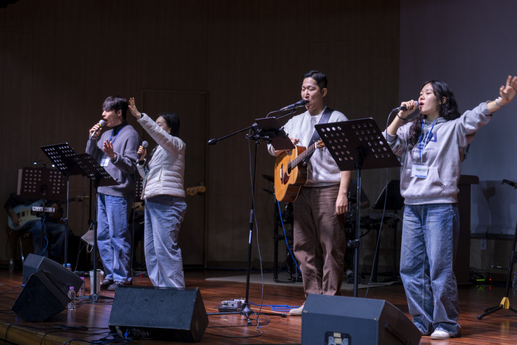 YTo1ODp7czo4OiJGaWxlTmFtZSI7czo0MDoiYmJiMTQ0YWYtNmJkYS00Zjk1LWIzMzUtNGZjNTI3YzY4ZWNhLmpwZyI7czoxMjoiRmlsZURhdGVUaW1lIjtpOjE3Njg0NTg3ODY7czo4OiJGaWxlU2l6ZSI7aToxMDg1ODI2O3M6ODoiRmlsZVR5cGUiO2k6MjtzOjg6Ik1pbWVUeXBlIjtzOjEwOiJpbWFnZS9qcGVnIjtzOjEzOiJTZWN0aW9uc0ZvdW5kIjtzOjMwOiJBTllfVEFHLCBJRkQwLCBUSFVNQk5BSUwsIEVYSUYiO3M6ODoiQ09NUFVURUQiO2E6OTp7czo0OiJodG1sIjtzOjI2OiJ3aWR0aD0iMTY2MiIgaGVpZ2h0PSIxMTA4IiI7czo2OiJIZWlnaHQiO2k6MTEwODtzOjU6IldpZHRoIjtpOjE2NjI7czo3OiJJc0NvbG9yIjtpOjE7czoxNzoiQnl0ZU9yZGVyTW90b3JvbGEiO2k6MDtzOjE1OiJBcGVydHVyZUZOdW1iZXIiO3M6NToiZi8yLjgiO3M6OToiQ29weXJpZ2h0IjtzOjQ6IllBQkMiO3M6MTg6IlRodW1ibmFpbC5GaWxlVHlwZSI7aToyO3M6MTg6IlRodW1ibmFpbC5NaW1lVHlwZSI7czoxMDoiaW1hZ2UvanBlZyI7fXM6NDoiTWFrZSI7czo0OiJTT05ZIjtzOjU6Ik1vZGVsIjtzOjg6IklMQ0UtN000IjtzOjExOiJYUmVzb2x1dGlvbiI7czo1OiIyNDAvMSI7czoxMToiWVJlc29sdXRpb24iO3M6NToiMjQwLzEiO3M6MTQ6IlJlc29sdXRpb25Vbml0IjtpOjI7czo4OiJTb2Z0d2FyZSI7czo1MDoiQWRvYmUgUGhvdG9zaG9wIExpZ2h0cm9vbSBDbGFzc2ljIDE1LjEgKE1hY2ludG9zaCkiO3M6ODoiRGF0ZVRpbWUiO3M6MTk6IjIwMjY6MDE6MTUgMTU6MjE6NTciO3M6NjoiQXJ0aXN0IjtzOjc6IllBQkNfU0ciO3M6OToiQ29weXJpZ2h0IjtzOjQ6IllBQkMiO3M6MTY6IkV4aWZfSUZEX1BvaW50ZXIiO2k6MjUyO3M6OToiVEhVTUJOQUlMIjthOjY6e3M6MTE6IkNvbXByZXNzaW9uIjtpOjY7czoxMToiWFJlc29sdXRpb24iO3M6NDoiNzIvMSI7czoxMToiWVJlc29sdXRpb24iO3M6NDoiNzIvMSI7czoxNDoiUmVzb2x1dGlvblVuaXQiO2k6MjtzOjIxOiJKUEVHSW50ZXJjaGFuZ2VGb3JtYXQiO2k6MTAzODtzOjI3OiJKUEVHSW50ZXJjaGFuZ2VGb3JtYXRMZW5ndGgiO2k6MTM1MzU7fXM6MTI6IkV4cG9zdXJlVGltZSI7czo0OiIxLzYwIjtzOjc6IkZOdW1iZXIiO3M6NToiMjgvMTAiO3M6MTU6IkV4cG9zdXJlUHJvZ3JhbSI7aToxO3M6MTU6IklTT1NwZWVkUmF0aW5ncyI7aTozMjA7czoxOToiVW5kZWZpbmVkVGFnOjB4ODgzMCI7aToyO3M6MTk6IlVuZGVmaW5lZFRhZzoweDg4MzIiO2k6MzIwO3M6MTE6IkV4aWZWZXJzaW9uIjtzOjQ6IjAyMzIiO3M6MTY6IkRhdGVUaW1lT3JpZ2luYWwiO3M6MTk6IjIwMjY6MDE6MTAgMTk6MTA6MTQiO3M6MTc6IkRhdGVUaW1lRGlnaXRpemVkIjtzOjE5OiIyMDI2OjAxOjEwIDE5OjEwOjE0IjtzOjE5OiJVbmRlZmluZWRUYWc6MHg5MDEwIjtzOjY6IiswOTowMCI7czoxOToiVW5kZWZpbmVkVGFnOjB4OTAxMSI7czo2OiIrMDk6MDAiO3M6MTk6IlVuZGVmaW5lZFRhZzoweDkwMTIiO3M6NjoiKzA5OjAwIjtzOjE3OiJTaHV0dGVyU3BlZWRWYWx1ZSI7czoxNToiNTkwNjg5MS8xMDAwMDAwIjtzOjEzOiJBcGVydHVyZVZhbHVlIjtzOjE1OiIyOTcwODU0LzEwMDAwMDAiO3M6MTU6IkJyaWdodG5lc3NWYWx1ZSI7czo4OiI4NDQvMjU2MCI7czoxNzoiRXhwb3N1cmVCaWFzVmFsdWUiO3M6NDoiMC8xMCI7czoxNjoiTWF4QXBlcnR1cmVWYWx1ZSI7czo3OiI3NjAvMjU2IjtzOjEyOiJNZXRlcmluZ01vZGUiO2k6NTtzOjExOiJMaWdodFNvdXJjZSI7aTowO3M6NToiRmxhc2giO2k6MTY7czoxMToiRm9jYWxMZW5ndGgiO3M6NjoiNzAwLzEwIjtzOjE4OiJTdWJTZWNUaW1lT3JpZ2luYWwiO3M6MzoiOTE1IjtzOjE5OiJTdWJTZWNUaW1lRGlnaXRpemVkIjtzOjM6IjkxNSI7czoxMDoiQ29sb3JTcGFjZSI7aTo2NTUzNTtzOjIxOiJGb2NhbFBsYW5lWFJlc29sdXRpb24iO3M6MTQ6IjY0NDQ5MzM5LzMyNzY4IjtzOjIxOiJGb2NhbFBsYW5lWVJlc29sdXRpb24iO3M6MTQ6IjY0NDQ5MzM5LzMyNzY4IjtzOjI0OiJGb2NhbFBsYW5lUmVzb2x1dGlvblVuaXQiO2k6MztzOjEwOiJGaWxlU291cmNlIjtzOjE6IgMiO3M6OToiU2NlbmVUeXBlIjtzOjE6IgEiO3M6MTQ6IkN1c3RvbVJlbmRlcmVkIjtpOjA7czoxMjoiRXhwb3N1cmVNb2RlIjtpOjE7czoxMjoiV2hpdGVCYWxhbmNlIjtpOjA7czoxNjoiRGlnaXRhbFpvb21SYXRpbyI7czo1OiIxNi8xNiI7czoyMToiRm9jYWxMZW5ndGhJbjM1bW1GaWxtIjtpOjcwO3M6MTY6IlNjZW5lQ2FwdHVyZVR5cGUiO2k6MDtzOjg6IkNvbnRyYXN0IjtpOjE7czoxMDoiU2F0dXJhdGlvbiI7aToxO3M6OToiU2hhcnBuZXNzIjtpOjA7czoxOToiVW5kZWZpbmVkVGFnOjB4QTQzMiI7YTo0OntpOjA7czo2OiIyNDAvMTAiO2k6MTtzOjY6IjcwMC8xMCI7aToyO3M6NToiMjgvMTAiO2k6MztzOjU6IjI4LzEwIjt9czoxOToiVW5kZWZpbmVkVGFnOjB4QTQzNCI7czoyMToiRkUgMjQtNzBtbSBGMi44IEdNIElJIjt9