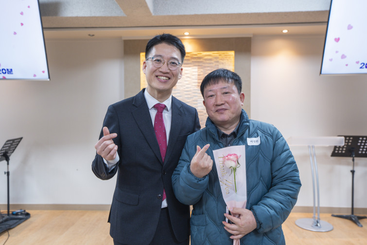 YTo1ODp7czo4OiJGaWxlTmFtZSI7czo0MDoiYmJlY2NmNWMtYzQyMy00NDQ1LWI0YWEtOWFjZTE5NDUzMDQ4LmpwZyI7czoxMjoiRmlsZURhdGVUaW1lIjtpOjE3NzE5MDU4Mjk7czo4OiJGaWxlU2l6ZSI7aToxNTkxMjE4O3M6ODoiRmlsZVR5cGUiO2k6MjtzOjg6Ik1pbWVUeXBlIjtzOjEwOiJpbWFnZS9qcGVnIjtzOjEzOiJTZWN0aW9uc0ZvdW5kIjtzOjMwOiJBTllfVEFHLCBJRkQwLCBUSFVNQk5BSUwsIEVYSUYiO3M6ODoiQ09NUFVURUQiO2E6OTp7czo0OiJodG1sIjtzOjI2OiJ3aWR0aD0iMTc1MiIgaGVpZ2h0PSIxMTY4IiI7czo2OiJIZWlnaHQiO2k6MTE2ODtzOjU6IldpZHRoIjtpOjE3NTI7czo3OiJJc0NvbG9yIjtpOjE7czoxNzoiQnl0ZU9yZGVyTW90b3JvbGEiO2k6MDtzOjE1OiJBcGVydHVyZUZOdW1iZXIiO3M6NToiZi8zLjIiO3M6OToiQ29weXJpZ2h0IjtzOjQ6IllBQkMiO3M6MTg6IlRodW1ibmFpbC5GaWxlVHlwZSI7aToyO3M6MTg6IlRodW1ibmFpbC5NaW1lVHlwZSI7czoxMDoiaW1hZ2UvanBlZyI7fXM6NDoiTWFrZSI7czo0OiJTT05ZIjtzOjU6Ik1vZGVsIjtzOjg6IklMQ0UtN000IjtzOjExOiJYUmVzb2x1dGlvbiI7czo1OiIyNDAvMSI7czoxMToiWVJlc29sdXRpb24iO3M6NToiMjQwLzEiO3M6MTQ6IlJlc29sdXRpb25Vbml0IjtpOjI7czo4OiJTb2Z0d2FyZSI7czo1MjoiQWRvYmUgUGhvdG9zaG9wIExpZ2h0cm9vbSBDbGFzc2ljIDE1LjEuMSAoTWFjaW50b3NoKSI7czo4OiJEYXRlVGltZSI7czoxOToiMjAyNjowMjoyNCAxMjo1OTo1MyI7czo2OiJBcnRpc3QiO3M6NzoiWUFCQ19TRyI7czo5OiJDb3B5cmlnaHQiO3M6NDoiWUFCQyI7czoxNjoiRXhpZl9JRkRfUG9pbnRlciI7aToyNTQ7czo5OiJUSFVNQk5BSUwiO2E6Njp7czoxMToiQ29tcHJlc3Npb24iO2k6NjtzOjExOiJYUmVzb2x1dGlvbiI7czo0OiI3Mi8xIjtzOjExOiJZUmVzb2x1dGlvbiI7czo0OiI3Mi8xIjtzOjE0OiJSZXNvbHV0aW9uVW5pdCI7aToyO3M6MjE6IkpQRUdJbnRlcmNoYW5nZUZvcm1hdCI7aToxMDQwO3M6Mjc6IkpQRUdJbnRlcmNoYW5nZUZvcm1hdExlbmd0aCI7aToxMjg3Njt9czoxMjoiRXhwb3N1cmVUaW1lIjtzOjQ6IjEvNjAiO3M6NzoiRk51bWJlciI7czo1OiIzMi8xMCI7czoxNToiRXhwb3N1cmVQcm9ncmFtIjtpOjE7czoxNToiSVNPU3BlZWRSYXRpbmdzIjtpOjQwMDtzOjE5OiJVbmRlZmluZWRUYWc6MHg4ODMwIjtpOjI7czoxOToiVW5kZWZpbmVkVGFnOjB4ODgzMiI7aTo0MDA7czoxMToiRXhpZlZlcnNpb24iO3M6NDoiMDIzMiI7czoxNjoiRGF0ZVRpbWVPcmlnaW5hbCI7czoxOToiMjAyNjowMjoyMiAxNDoxOTo0OCI7czoxNzoiRGF0ZVRpbWVEaWdpdGl6ZWQiO3M6MTk6IjIwMjY6MDI6MjIgMTQ6MTk6NDgiO3M6MTk6IlVuZGVmaW5lZFRhZzoweDkwMTAiO3M6NjoiKzA5OjAwIjtzOjE5OiJVbmRlZmluZWRUYWc6MHg5MDExIjtzOjY6IiswOTowMCI7czoxOToiVW5kZWZpbmVkVGFnOjB4OTAxMiI7czo2OiIrMDk6MDAiO3M6MTc6IlNodXR0ZXJTcGVlZFZhbHVlIjtzOjE1OiI1OTA2ODkxLzEwMDAwMDAiO3M6MTM6IkFwZXJ0dXJlVmFsdWUiO3M6MTU6IjMzNTYxNDQvMTAwMDAwMCI7czoxNToiQnJpZ2h0bmVzc1ZhbHVlIjtzOjk6IjYzMjQvMjU2MCI7czoxNzoiRXhwb3N1cmVCaWFzVmFsdWUiO3M6NDoiMC8xMCI7czoxNjoiTWF4QXBlcnR1cmVWYWx1ZSI7czo3OiI3NjAvMjU2IjtzOjEyOiJNZXRlcmluZ01vZGUiO2k6NTtzOjExOiJMaWdodFNvdXJjZSI7aTowO3M6NToiRmxhc2giO2k6MTM7czoxMToiRm9jYWxMZW5ndGgiO3M6NjoiMzIwLzEwIjtzOjE4OiJTdWJTZWNUaW1lT3JpZ2luYWwiO3M6MzoiMTU5IjtzOjE5OiJTdWJTZWNUaW1lRGlnaXRpemVkIjtzOjM6IjE1OSI7czoxMDoiQ29sb3JTcGFjZSI7aTo2NTUzNTtzOjIxOiJGb2NhbFBsYW5lWFJlc29sdXRpb24iO3M6MTQ6IjY0NDQ5MzM5LzMyNzY4IjtzOjIxOiJGb2NhbFBsYW5lWVJlc29sdXRpb24iO3M6MTQ6IjY0NDQ5MzM5LzMyNzY4IjtzOjI0OiJGb2NhbFBsYW5lUmVzb2x1dGlvblVuaXQiO2k6MztzOjEwOiJGaWxlU291cmNlIjtzOjE6IgMiO3M6OToiU2NlbmVUeXBlIjtzOjE6IgEiO3M6MTQ6IkN1c3RvbVJlbmRlcmVkIjtpOjA7czoxMjoiRXhwb3N1cmVNb2RlIjtpOjE7czoxMjoiV2hpdGVCYWxhbmNlIjtpOjE7czoxNjoiRGlnaXRhbFpvb21SYXRpbyI7czo1OiIxNi8xNiI7czoyMToiRm9jYWxMZW5ndGhJbjM1bW1GaWxtIjtpOjMyO3M6MTY6IlNjZW5lQ2FwdHVyZVR5cGUiO2k6MDtzOjg6IkNvbnRyYXN0IjtpOjA7czoxMDoiU2F0dXJhdGlvbiI7aTowO3M6OToiU2hhcnBuZXNzIjtpOjA7czoxOToiVW5kZWZpbmVkVGFnOjB4QTQzMiI7YTo0OntpOjA7czo2OiIxNjAvMTAiO2k6MTtzOjY6IjM1MC8xMCI7aToyO3M6NToiMjgvMTAiO2k6MztzOjU6IjI4LzEwIjt9czoxOToiVW5kZWZpbmVkVGFnOjB4QTQzNCI7czoyMToiRkUgMTYtMzVtbSBGMi44IEdNIElJIjt9