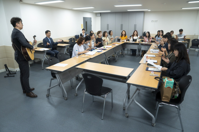 YTo1ODp7czo4OiJGaWxlTmFtZSI7czo0MDoiYzJlMWI1YWYtMTMyNi00NTg4LTk1YmYtYmJkZTQ2NmYyYTYzLmpwZyI7czoxMjoiRmlsZURhdGVUaW1lIjtpOjE3NDkzNjkwODc7czo4OiJGaWxlU2l6ZSI7aToxNzU5ODAwO3M6ODoiRmlsZVR5cGUiO2k6MjtzOjg6Ik1pbWVUeXBlIjtzOjEwOiJpbWFnZS9qcGVnIjtzOjEzOiJTZWN0aW9uc0ZvdW5kIjtzOjMwOiJBTllfVEFHLCBJRkQwLCBUSFVNQk5BSUwsIEVYSUYiO3M6ODoiQ09NUFVURUQiO2E6OTp7czo0OiJodG1sIjtzOjI2OiJ3aWR0aD0iMTc1MiIgaGVpZ2h0PSIxMTY4IiI7czo2OiJIZWlnaHQiO2k6MTE2ODtzOjU6IldpZHRoIjtpOjE3NTI7czo3OiJJc0NvbG9yIjtpOjE7czoxNzoiQnl0ZU9yZGVyTW90b3JvbGEiO2k6MDtzOjE1OiJBcGVydHVyZUZOdW1iZXIiO3M6NToiZi8yLjgiO3M6OToiQ29weXJpZ2h0IjtzOjQ6IllBQkMiO3M6MTg6IlRodW1ibmFpbC5GaWxlVHlwZSI7aToyO3M6MTg6IlRodW1ibmFpbC5NaW1lVHlwZSI7czoxMDoiaW1hZ2UvanBlZyI7fXM6NDoiTWFrZSI7czo0OiJTT05ZIjtzOjU6Ik1vZGVsIjtzOjg6IklMQ0UtN000IjtzOjExOiJYUmVzb2x1dGlvbiI7czo1OiIyNDAvMSI7czoxMToiWVJlc29sdXRpb24iO3M6NToiMjQwLzEiO3M6MTQ6IlJlc29sdXRpb25Vbml0IjtpOjI7czo4OiJTb2Z0d2FyZSI7czo1MjoiQWRvYmUgUGhvdG9zaG9wIExpZ2h0cm9vbSBDbGFzc2ljIDE0LjMuMSAoTWFjaW50b3NoKSI7czo4OiJEYXRlVGltZSI7czoxOToiMjAyNTowNjowOCAxNjoyMzoxNiI7czo2OiJBcnRpc3QiO3M6NzoiWUFCQ19TRyI7czo5OiJDb3B5cmlnaHQiO3M6NDoiWUFCQyI7czoxNjoiRXhpZl9JRkRfUG9pbnRlciI7aToyNTQ7czo5OiJUSFVNQk5BSUwiO2E6Njp7czoxMToiQ29tcHJlc3Npb24iO2k6NjtzOjExOiJYUmVzb2x1dGlvbiI7czo0OiI3Mi8xIjtzOjExOiJZUmVzb2x1dGlvbiI7czo0OiI3Mi8xIjtzOjE0OiJSZXNvbHV0aW9uVW5pdCI7aToyO3M6MjE6IkpQRUdJbnRlcmNoYW5nZUZvcm1hdCI7aToxMDQwO3M6Mjc6IkpQRUdJbnRlcmNoYW5nZUZvcm1hdExlbmd0aCI7aToxNDMzMTt9czoxMjoiRXhwb3N1cmVUaW1lIjtzOjU6IjEvMTI1IjtzOjc6IkZOdW1iZXIiO3M6NToiMjgvMTAiO3M6MTU6IkV4cG9zdXJlUHJvZ3JhbSI7aToxO3M6MTU6IklTT1NwZWVkUmF0aW5ncyI7aToyMDA7czoxOToiVW5kZWZpbmVkVGFnOjB4ODgzMCI7aToyO3M6MTk6IlVuZGVmaW5lZFRhZzoweDg4MzIiO2k6MjAwO3M6MTE6IkV4aWZWZXJzaW9uIjtzOjQ6IjAyMzIiO3M6MTY6IkRhdGVUaW1lT3JpZ2luYWwiO3M6MTk6IjIwMjU6MDY6MDQgMTI6MjM6NDgiO3M6MTc6IkRhdGVUaW1lRGlnaXRpemVkIjtzOjE5OiIyMDI1OjA2OjA0IDEyOjIzOjQ4IjtzOjE5OiJVbmRlZmluZWRUYWc6MHg5MDEwIjtzOjY6IiswOTowMCI7czoxOToiVW5kZWZpbmVkVGFnOjB4OTAxMSI7czo2OiIrMDk6MDAiO3M6MTk6IlVuZGVmaW5lZFRhZzoweDkwMTIiO3M6NjoiKzA5OjAwIjtzOjE3OiJTaHV0dGVyU3BlZWRWYWx1ZSI7czoxNToiNjk2NTc4NC8xMDAwMDAwIjtzOjEzOiJBcGVydHVyZVZhbHVlIjtzOjE1OiIyOTcwODU0LzEwMDAwMDAiO3M6MTU6IkJyaWdodG5lc3NWYWx1ZSI7czo5OiI4NDM0LzI1NjAiO3M6MTc6IkV4cG9zdXJlQmlhc1ZhbHVlIjtzOjQ6IjAvMTAiO3M6MTY6Ik1heEFwZXJ0dXJlVmFsdWUiO3M6NzoiNzYwLzI1NiI7czoxMjoiTWV0ZXJpbmdNb2RlIjtpOjU7czoxMToiTGlnaHRTb3VyY2UiO2k6MDtzOjU6IkZsYXNoIjtpOjEzO3M6MTE6IkZvY2FsTGVuZ3RoIjtzOjY6IjI0MC8xMCI7czoxODoiU3ViU2VjVGltZU9yaWdpbmFsIjtzOjM6IjI5NiI7czoxOToiU3ViU2VjVGltZURpZ2l0aXplZCI7czozOiIyOTYiO3M6MTA6IkNvbG9yU3BhY2UiO2k6NjU1MzU7czoyMToiRm9jYWxQbGFuZVhSZXNvbHV0aW9uIjtzOjE0OiI2NDQ0OTMzOS8zMjc2OCI7czoyMToiRm9jYWxQbGFuZVlSZXNvbHV0aW9uIjtzOjE0OiI2NDQ0OTMzOS8zMjc2OCI7czoyNDoiRm9jYWxQbGFuZVJlc29sdXRpb25Vbml0IjtpOjM7czoxMDoiRmlsZVNvdXJjZSI7czoxOiIDIjtzOjk6IlNjZW5lVHlwZSI7czoxOiIBIjtzOjE0OiJDdXN0b21SZW5kZXJlZCI7aTowO3M6MTI6IkV4cG9zdXJlTW9kZSI7aToxO3M6MTI6IldoaXRlQmFsYW5jZSI7aToxO3M6MTY6IkRpZ2l0YWxab29tUmF0aW8iO3M6NToiMTYvMTYiO3M6MjE6IkZvY2FsTGVuZ3RoSW4zNW1tRmlsbSI7aToyNDtzOjE2OiJTY2VuZUNhcHR1cmVUeXBlIjtpOjA7czo4OiJDb250cmFzdCI7aTowO3M6MTA6IlNhdHVyYXRpb24iO2k6MDtzOjk6IlNoYXJwbmVzcyI7aTowO3M6MTk6IlVuZGVmaW5lZFRhZzoweEE0MzIiO2E6NDp7aTowO3M6NjoiMjQwLzEwIjtpOjE7czo2OiI3MDAvMTAiO2k6MjtzOjU6IjI4LzEwIjtpOjM7czo1OiIyOC8xMCI7fXM6MTk6IlVuZGVmaW5lZFRhZzoweEE0MzQiO3M6MjE6IkZFIDI0LTcwbW0gRjIuOCBHTSBJSSI7fQ==