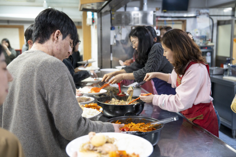 YTo1ODp7czo4OiJGaWxlTmFtZSI7czo0MDoiYzJlOTQ4NTQtNzJjYi00YWUyLWEyZWQtNjYzNDM2OWI2MDdiLmpwZyI7czoxMjoiRmlsZURhdGVUaW1lIjtpOjE3NzUzNTc0MjY7czo4OiJGaWxlU2l6ZSI7aToyNjA0MzQ1O3M6ODoiRmlsZVR5cGUiO2k6MjtzOjg6Ik1pbWVUeXBlIjtzOjEwOiJpbWFnZS9qcGVnIjtzOjEzOiJTZWN0aW9uc0ZvdW5kIjtzOjMwOiJBTllfVEFHLCBJRkQwLCBUSFVNQk5BSUwsIEVYSUYiO3M6ODoiQ09NUFVURUQiO2E6OTp7czo0OiJodG1sIjtzOjI2OiJ3aWR0aD0iMjQ1MyIgaGVpZ2h0PSIxNjM1IiI7czo2OiJIZWlnaHQiO2k6MTYzNTtzOjU6IldpZHRoIjtpOjI0NTM7czo3OiJJc0NvbG9yIjtpOjE7czoxNzoiQnl0ZU9yZGVyTW90b3JvbGEiO2k6MDtzOjE1OiJBcGVydHVyZUZOdW1iZXIiO3M6NToiZi8yLjgiO3M6OToiQ29weXJpZ2h0IjtzOjQ6IllBQkMiO3M6MTg6IlRodW1ibmFpbC5GaWxlVHlwZSI7aToyO3M6MTg6IlRodW1ibmFpbC5NaW1lVHlwZSI7czoxMDoiaW1hZ2UvanBlZyI7fXM6NDoiTWFrZSI7czo0OiJTT05ZIjtzOjU6Ik1vZGVsIjtzOjg6IklMQ0UtN000IjtzOjExOiJYUmVzb2x1dGlvbiI7czo1OiIyNDAvMSI7czoxMToiWVJlc29sdXRpb24iO3M6NToiMjQwLzEiO3M6MTQ6IlJlc29sdXRpb25Vbml0IjtpOjI7czo4OiJTb2Z0d2FyZSI7czo1MDoiQWRvYmUgUGhvdG9zaG9wIExpZ2h0cm9vbSBDbGFzc2ljIDE1LjIgKE1hY2ludG9zaCkiO3M6ODoiRGF0ZVRpbWUiO3M6MTk6IjIwMjY6MDM6MzEgMTA6NTQ6NTciO3M6NjoiQXJ0aXN0IjtzOjc6IllBQkNfU0ciO3M6OToiQ29weXJpZ2h0IjtzOjQ6IllBQkMiO3M6MTY6IkV4aWZfSUZEX1BvaW50ZXIiO2k6MjUyO3M6OToiVEhVTUJOQUlMIjthOjY6e3M6MTE6IkNvbXByZXNzaW9uIjtpOjY7czoxMToiWFJlc29sdXRpb24iO3M6NDoiNzIvMSI7czoxMToiWVJlc29sdXRpb24iO3M6NDoiNzIvMSI7czoxNDoiUmVzb2x1dGlvblVuaXQiO2k6MjtzOjIxOiJKUEVHSW50ZXJjaGFuZ2VGb3JtYXQiO2k6MTAzODtzOjI3OiJKUEVHSW50ZXJjaGFuZ2VGb3JtYXRMZW5ndGgiO2k6MTc3NjU7fXM6MTI6IkV4cG9zdXJlVGltZSI7czo1OiIxLzI1MCI7czo3OiJGTnVtYmVyIjtzOjU6IjI4LzEwIjtzOjE1OiJFeHBvc3VyZVByb2dyYW0iO2k6MTtzOjE1OiJJU09TcGVlZFJhdGluZ3MiO2k6NjQwO3M6MTk6IlVuZGVmaW5lZFRhZzoweDg4MzAiO2k6MjtzOjE5OiJVbmRlZmluZWRUYWc6MHg4ODMyIjtpOjY0MDtzOjExOiJFeGlmVmVyc2lvbiI7czo0OiIwMjMyIjtzOjE2OiJEYXRlVGltZU9yaWdpbmFsIjtzOjE5OiIyMDI2OjAzOjI5IDE2OjU3OjE0IjtzOjE3OiJEYXRlVGltZURpZ2l0aXplZCI7czoxOToiMjAyNjowMzoyOSAxNjo1NzoxNCI7czoxOToiVW5kZWZpbmVkVGFnOjB4OTAxMCI7czo2OiIrMDk6MDAiO3M6MTk6IlVuZGVmaW5lZFRhZzoweDkwMTEiO3M6NjoiKzA5OjAwIjtzOjE5OiJVbmRlZmluZWRUYWc6MHg5MDEyIjtzOjY6IiswOTowMCI7czoxNzoiU2h1dHRlclNwZWVkVmFsdWUiO3M6MTU6Ijc5NjU3ODQvMTAwMDAwMCI7czoxMzoiQXBlcnR1cmVWYWx1ZSI7czoxNToiMjk3MDg1NC8xMDAwMDAwIjtzOjE1OiJCcmlnaHRuZXNzVmFsdWUiO3M6OToiMzg1NC8yNTYwIjtzOjE3OiJFeHBvc3VyZUJpYXNWYWx1ZSI7czo0OiIwLzEwIjtzOjE2OiJNYXhBcGVydHVyZVZhbHVlIjtzOjc6Ijc2MC8yNTYiO3M6MTI6Ik1ldGVyaW5nTW9kZSI7aTo1O3M6MTE6IkxpZ2h0U291cmNlIjtpOjA7czo1OiJGbGFzaCI7aToxNjtzOjExOiJGb2NhbExlbmd0aCI7czo2OiI0NDAvMTAiO3M6MTg6IlN1YlNlY1RpbWVPcmlnaW5hbCI7czozOiI1MDEiO3M6MTk6IlN1YlNlY1RpbWVEaWdpdGl6ZWQiO3M6MzoiNTAxIjtzOjEwOiJDb2xvclNwYWNlIjtpOjY1NTM1O3M6MjE6IkZvY2FsUGxhbmVYUmVzb2x1dGlvbiI7czoxNDoiNjQ0NDkzMzkvMzI3NjgiO3M6MjE6IkZvY2FsUGxhbmVZUmVzb2x1dGlvbiI7czoxNDoiNjQ0NDkzMzkvMzI3NjgiO3M6MjQ6IkZvY2FsUGxhbmVSZXNvbHV0aW9uVW5pdCI7aTozO3M6MTA6IkZpbGVTb3VyY2UiO3M6MToiAyI7czo5OiJTY2VuZVR5cGUiO3M6MToiASI7czoxNDoiQ3VzdG9tUmVuZGVyZWQiO2k6MDtzOjEyOiJFeHBvc3VyZU1vZGUiO2k6MTtzOjEyOiJXaGl0ZUJhbGFuY2UiO2k6MDtzOjE2OiJEaWdpdGFsWm9vbVJhdGlvIjtzOjU6IjE2LzE2IjtzOjIxOiJGb2NhbExlbmd0aEluMzVtbUZpbG0iO2k6NDQ7czoxNjoiU2NlbmVDYXB0dXJlVHlwZSI7aTowO3M6ODoiQ29udHJhc3QiO2k6MDtzOjEwOiJTYXR1cmF0aW9uIjtpOjA7czo5OiJTaGFycG5lc3MiO2k6MDtzOjE5OiJVbmRlZmluZWRUYWc6MHhBNDMyIjthOjQ6e2k6MDtzOjY6IjI0MC8xMCI7aToxO3M6NjoiNzAwLzEwIjtpOjI7czo1OiIyOC8xMCI7aTozO3M6NToiMjgvMTAiO31zOjE5OiJVbmRlZmluZWRUYWc6MHhBNDM0IjtzOjIxOiJGRSAyNC03MG1tIEYyLjggR00gSUkiO30=