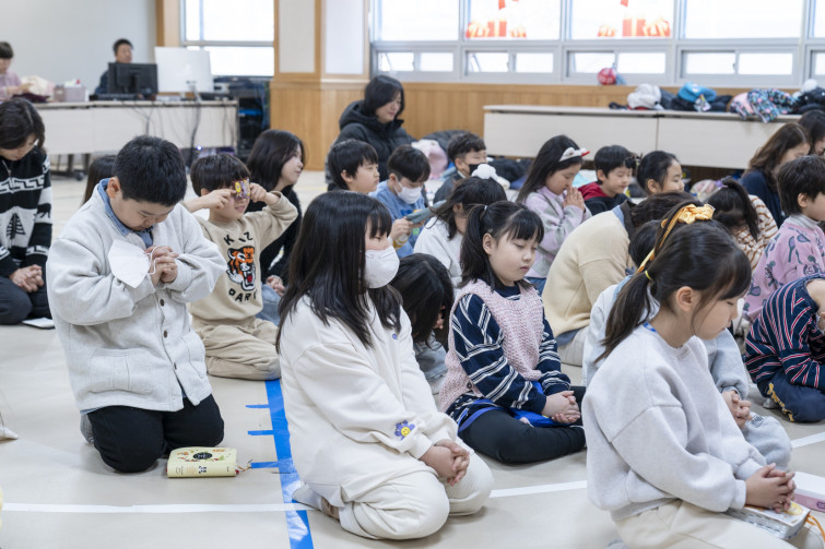 YTo1ODp7czo4OiJGaWxlTmFtZSI7czo0MDoiYzVlZjdmOTAtMTg1Mi00YTQ1LWFiMTYtYmEwNmJjNDM1YWVlLmpwZyI7czoxMjoiRmlsZURhdGVUaW1lIjtpOjE3Njc2NjY1ODc7czo4OiJGaWxlU2l6ZSI7aToxMjEzNjg1O3M6ODoiRmlsZVR5cGUiO2k6MjtzOjg6Ik1pbWVUeXBlIjtzOjEwOiJpbWFnZS9qcGVnIjtzOjEzOiJTZWN0aW9uc0ZvdW5kIjtzOjMwOiJBTllfVEFHLCBJRkQwLCBUSFVNQk5BSUwsIEVYSUYiO3M6ODoiQ09NUFVURUQiO2E6OTp7czo0OiJodG1sIjtzOjI2OiJ3aWR0aD0iMTY1NSIgaGVpZ2h0PSIxMTAzIiI7czo2OiJIZWlnaHQiO2k6MTEwMztzOjU6IldpZHRoIjtpOjE2NTU7czo3OiJJc0NvbG9yIjtpOjE7czoxNzoiQnl0ZU9yZGVyTW90b3JvbGEiO2k6MDtzOjE1OiJBcGVydHVyZUZOdW1iZXIiO3M6NToiZi80LjAiO3M6OToiQ29weXJpZ2h0IjtzOjQ6IllBQkMiO3M6MTg6IlRodW1ibmFpbC5GaWxlVHlwZSI7aToyO3M6MTg6IlRodW1ibmFpbC5NaW1lVHlwZSI7czoxMDoiaW1hZ2UvanBlZyI7fXM6NDoiTWFrZSI7czo0OiJTT05ZIjtzOjU6Ik1vZGVsIjtzOjg6IklMQ0UtN000IjtzOjExOiJYUmVzb2x1dGlvbiI7czo1OiIyNDAvMSI7czoxMToiWVJlc29sdXRpb24iO3M6NToiMjQwLzEiO3M6MTQ6IlJlc29sdXRpb25Vbml0IjtpOjI7czo4OiJTb2Z0d2FyZSI7czo1MDoiQWRvYmUgUGhvdG9zaG9wIExpZ2h0cm9vbSBDbGFzc2ljIDE1LjEgKE1hY2ludG9zaCkiO3M6ODoiRGF0ZVRpbWUiO3M6MTk6IjIwMjY6MDE6MDYgMTE6MjY6MzEiO3M6NjoiQXJ0aXN0IjtzOjc6IllBQkNfU0ciO3M6OToiQ29weXJpZ2h0IjtzOjQ6IllBQkMiO3M6MTY6IkV4aWZfSUZEX1BvaW50ZXIiO2k6MjUyO3M6OToiVEhVTUJOQUlMIjthOjY6e3M6MTE6IkNvbXByZXNzaW9uIjtpOjY7czoxMToiWFJlc29sdXRpb24iO3M6NDoiNzIvMSI7czoxMToiWVJlc29sdXRpb24iO3M6NDoiNzIvMSI7czoxNDoiUmVzb2x1dGlvblVuaXQiO2k6MjtzOjIxOiJKUEVHSW50ZXJjaGFuZ2VGb3JtYXQiO2k6MTAzODtzOjI3OiJKUEVHSW50ZXJjaGFuZ2VGb3JtYXRMZW5ndGgiO2k6MTg3NjY7fXM6MTI6IkV4cG9zdXJlVGltZSI7czo0OiIxLzgwIjtzOjc6IkZOdW1iZXIiO3M6MzoiNC8xIjtzOjE1OiJFeHBvc3VyZVByb2dyYW0iO2k6MTtzOjE1OiJJU09TcGVlZFJhdGluZ3MiO2k6MzIwO3M6MTk6IlVuZGVmaW5lZFRhZzoweDg4MzAiO2k6MjtzOjE5OiJVbmRlZmluZWRUYWc6MHg4ODMyIjtpOjMyMDtzOjExOiJFeGlmVmVyc2lvbiI7czo0OiIwMjMyIjtzOjE2OiJEYXRlVGltZU9yaWdpbmFsIjtzOjE5OiIyMDI2OjAxOjA0IDEyOjAwOjUzIjtzOjE3OiJEYXRlVGltZURpZ2l0aXplZCI7czoxOToiMjAyNjowMTowNCAxMjowMDo1MyI7czoxOToiVW5kZWZpbmVkVGFnOjB4OTAxMCI7czo2OiIrMDk6MDAiO3M6MTk6IlVuZGVmaW5lZFRhZzoweDkwMTEiO3M6NjoiKzA5OjAwIjtzOjE5OiJVbmRlZmluZWRUYWc6MHg5MDEyIjtzOjY6IiswOTowMCI7czoxNzoiU2h1dHRlclNwZWVkVmFsdWUiO3M6MTU6IjYzMjE5MjgvMTAwMDAwMCI7czoxMzoiQXBlcnR1cmVWYWx1ZSI7czozOiI0LzEiO3M6MTU6IkJyaWdodG5lc3NWYWx1ZSI7czo5OiI5NjM0LzI1NjAiO3M6MTc6IkV4cG9zdXJlQmlhc1ZhbHVlIjtzOjQ6IjAvMTAiO3M6MTY6Ik1heEFwZXJ0dXJlVmFsdWUiO3M6NzoiNzYwLzI1NiI7czoxMjoiTWV0ZXJpbmdNb2RlIjtpOjU7czoxMToiTGlnaHRTb3VyY2UiO2k6MDtzOjU6IkZsYXNoIjtpOjE2O3M6MTE6IkZvY2FsTGVuZ3RoIjtzOjY6IjUwMC8xMCI7czoxODoiU3ViU2VjVGltZU9yaWdpbmFsIjtzOjM6Ijc2NyI7czoxOToiU3ViU2VjVGltZURpZ2l0aXplZCI7czozOiI3NjciO3M6MTA6IkNvbG9yU3BhY2UiO2k6NjU1MzU7czoyMToiRm9jYWxQbGFuZVhSZXNvbHV0aW9uIjtzOjE0OiI2NDQ0OTMzOS8zMjc2OCI7czoyMToiRm9jYWxQbGFuZVlSZXNvbHV0aW9uIjtzOjE0OiI2NDQ0OTMzOS8zMjc2OCI7czoyNDoiRm9jYWxQbGFuZVJlc29sdXRpb25Vbml0IjtpOjM7czoxMDoiRmlsZVNvdXJjZSI7czoxOiIDIjtzOjk6IlNjZW5lVHlwZSI7czoxOiIBIjtzOjE0OiJDdXN0b21SZW5kZXJlZCI7aTowO3M6MTI6IkV4cG9zdXJlTW9kZSI7aToxO3M6MTI6IldoaXRlQmFsYW5jZSI7aTowO3M6MTY6IkRpZ2l0YWxab29tUmF0aW8iO3M6NToiMTYvMTYiO3M6MjE6IkZvY2FsTGVuZ3RoSW4zNW1tRmlsbSI7aTo1MDtzOjE2OiJTY2VuZUNhcHR1cmVUeXBlIjtpOjA7czo4OiJDb250cmFzdCI7aTowO3M6MTA6IlNhdHVyYXRpb24iO2k6MDtzOjk6IlNoYXJwbmVzcyI7aTowO3M6MTk6IlVuZGVmaW5lZFRhZzoweEE0MzIiO2E6NDp7aTowO3M6NjoiMjQwLzEwIjtpOjE7czo2OiI3MDAvMTAiO2k6MjtzOjU6IjI4LzEwIjtpOjM7czo1OiIyOC8xMCI7fXM6MTk6IlVuZGVmaW5lZFRhZzoweEE0MzQiO3M6MjE6IkZFIDI0LTcwbW0gRjIuOCBHTSBJSSI7fQ==