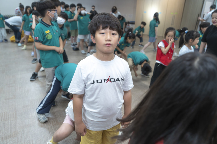 YTo1ODp7czo4OiJGaWxlTmFtZSI7czo0MDoiYzY3NDExM2QtNjhmYy00NDE5LWE4NTItNGYzNzEzZDBhMzU1LmpwZyI7czoxMjoiRmlsZURhdGVUaW1lIjtpOjE3NTA0ODMyMjY7czo4OiJGaWxlU2l6ZSI7aToxMTMyNjUyO3M6ODoiRmlsZVR5cGUiO2k6MjtzOjg6Ik1pbWVUeXBlIjtzOjEwOiJpbWFnZS9qcGVnIjtzOjEzOiJTZWN0aW9uc0ZvdW5kIjtzOjMwOiJBTllfVEFHLCBJRkQwLCBUSFVNQk5BSUwsIEVYSUYiO3M6ODoiQ09NUFVURUQiO2E6OTp7czo0OiJodG1sIjtzOjI2OiJ3aWR0aD0iMTc1MiIgaGVpZ2h0PSIxMTY4IiI7czo2OiJIZWlnaHQiO2k6MTE2ODtzOjU6IldpZHRoIjtpOjE3NTI7czo3OiJJc0NvbG9yIjtpOjE7czoxNzoiQnl0ZU9yZGVyTW90b3JvbGEiO2k6MDtzOjE1OiJBcGVydHVyZUZOdW1iZXIiO3M6NToiZi8yLjgiO3M6OToiQ29weXJpZ2h0IjtzOjQ6IllBQkMiO3M6MTg6IlRodW1ibmFpbC5GaWxlVHlwZSI7aToyO3M6MTg6IlRodW1ibmFpbC5NaW1lVHlwZSI7czoxMDoiaW1hZ2UvanBlZyI7fXM6NDoiTWFrZSI7czo0OiJTT05ZIjtzOjU6Ik1vZGVsIjtzOjg6IklMQ0UtN000IjtzOjExOiJYUmVzb2x1dGlvbiI7czo1OiIyNDAvMSI7czoxMToiWVJlc29sdXRpb24iO3M6NToiMjQwLzEiO3M6MTQ6IlJlc29sdXRpb25Vbml0IjtpOjI7czo4OiJTb2Z0d2FyZSI7czo1MjoiQWRvYmUgUGhvdG9zaG9wIExpZ2h0cm9vbSBDbGFzc2ljIDE0LjMuMSAoTWFjaW50b3NoKSI7czo4OiJEYXRlVGltZSI7czoxOToiMjAyNTowNjoyMSAxNDoxNDoxNSI7czo2OiJBcnRpc3QiO3M6NzoiWUFCQ19TRyI7czo5OiJDb3B5cmlnaHQiO3M6NDoiWUFCQyI7czoxNjoiRXhpZl9JRkRfUG9pbnRlciI7aToyNTQ7czo5OiJUSFVNQk5BSUwiO2E6Njp7czoxMToiQ29tcHJlc3Npb24iO2k6NjtzOjExOiJYUmVzb2x1dGlvbiI7czo0OiI3Mi8xIjtzOjExOiJZUmVzb2x1dGlvbiI7czo0OiI3Mi8xIjtzOjE0OiJSZXNvbHV0aW9uVW5pdCI7aToyO3M6MjE6IkpQRUdJbnRlcmNoYW5nZUZvcm1hdCI7aToxMDQwO3M6Mjc6IkpQRUdJbnRlcmNoYW5nZUZvcm1hdExlbmd0aCI7aToxNTIxNTt9czoxMjoiRXhwb3N1cmVUaW1lIjtzOjU6IjEvMTYwIjtzOjc6IkZOdW1iZXIiO3M6NToiMjgvMTAiO3M6MTU6IkV4cG9zdXJlUHJvZ3JhbSI7aToxO3M6MTU6IklTT1NwZWVkUmF0aW5ncyI7aTo0MDA7czoxOToiVW5kZWZpbmVkVGFnOjB4ODgzMCI7aToyO3M6MTk6IlVuZGVmaW5lZFRhZzoweDg4MzIiO2k6NDAwO3M6MTE6IkV4aWZWZXJzaW9uIjtzOjQ6IjAyMzIiO3M6MTY6IkRhdGVUaW1lT3JpZ2luYWwiO3M6MTk6IjIwMjU6MDY6MjEgMTA6MDY6MTUiO3M6MTc6IkRhdGVUaW1lRGlnaXRpemVkIjtzOjE5OiIyMDI1OjA2OjIxIDEwOjA2OjE1IjtzOjE5OiJVbmRlZmluZWRUYWc6MHg5MDEwIjtzOjY6IiswOTowMCI7czoxOToiVW5kZWZpbmVkVGFnOjB4OTAxMSI7czo2OiIrMDk6MDAiO3M6MTk6IlVuZGVmaW5lZFRhZzoweDkwMTIiO3M6NjoiKzA5OjAwIjtzOjE3OiJTaHV0dGVyU3BlZWRWYWx1ZSI7czoxNToiNzMyMTkyOC8xMDAwMDAwIjtzOjEzOiJBcGVydHVyZVZhbHVlIjtzOjE1OiIyOTcwODU0LzEwMDAwMDAiO3M6MTU6IkJyaWdodG5lc3NWYWx1ZSI7czo5OiI0NDU0LzI1NjAiO3M6MTc6IkV4cG9zdXJlQmlhc1ZhbHVlIjtzOjQ6IjAvMTAiO3M6MTY6Ik1heEFwZXJ0dXJlVmFsdWUiO3M6NzoiNzYwLzI1NiI7czoxMjoiTWV0ZXJpbmdNb2RlIjtpOjU7czoxMToiTGlnaHRTb3VyY2UiO2k6MDtzOjU6IkZsYXNoIjtpOjEzO3M6MTE6IkZvY2FsTGVuZ3RoIjtzOjY6IjI0MC8xMCI7czoxODoiU3ViU2VjVGltZU9yaWdpbmFsIjtzOjM6IjIyMSI7czoxOToiU3ViU2VjVGltZURpZ2l0aXplZCI7czozOiIyMjEiO3M6MTA6IkNvbG9yU3BhY2UiO2k6NjU1MzU7czoyMToiRm9jYWxQbGFuZVhSZXNvbHV0aW9uIjtzOjE0OiI2NDQ0OTMzOS8zMjc2OCI7czoyMToiRm9jYWxQbGFuZVlSZXNvbHV0aW9uIjtzOjE0OiI2NDQ0OTMzOS8zMjc2OCI7czoyNDoiRm9jYWxQbGFuZVJlc29sdXRpb25Vbml0IjtpOjM7czoxMDoiRmlsZVNvdXJjZSI7czoxOiIDIjtzOjk6IlNjZW5lVHlwZSI7czoxOiIBIjtzOjE0OiJDdXN0b21SZW5kZXJlZCI7aTowO3M6MTI6IkV4cG9zdXJlTW9kZSI7aToxO3M6MTI6IldoaXRlQmFsYW5jZSI7aToxO3M6MTY6IkRpZ2l0YWxab29tUmF0aW8iO3M6NToiMTYvMTYiO3M6MjE6IkZvY2FsTGVuZ3RoSW4zNW1tRmlsbSI7aToyNDtzOjE2OiJTY2VuZUNhcHR1cmVUeXBlIjtpOjA7czo4OiJDb250cmFzdCI7aTowO3M6MTA6IlNhdHVyYXRpb24iO2k6MDtzOjk6IlNoYXJwbmVzcyI7aTowO3M6MTk6IlVuZGVmaW5lZFRhZzoweEE0MzIiO2E6NDp7aTowO3M6NjoiMjQwLzEwIjtpOjE7czo2OiI3MDAvMTAiO2k6MjtzOjU6IjI4LzEwIjtpOjM7czo1OiIyOC8xMCI7fXM6MTk6IlVuZGVmaW5lZFRhZzoweEE0MzQiO3M6MjE6IkZFIDI0LTcwbW0gRjIuOCBHTSBJSSI7fQ==