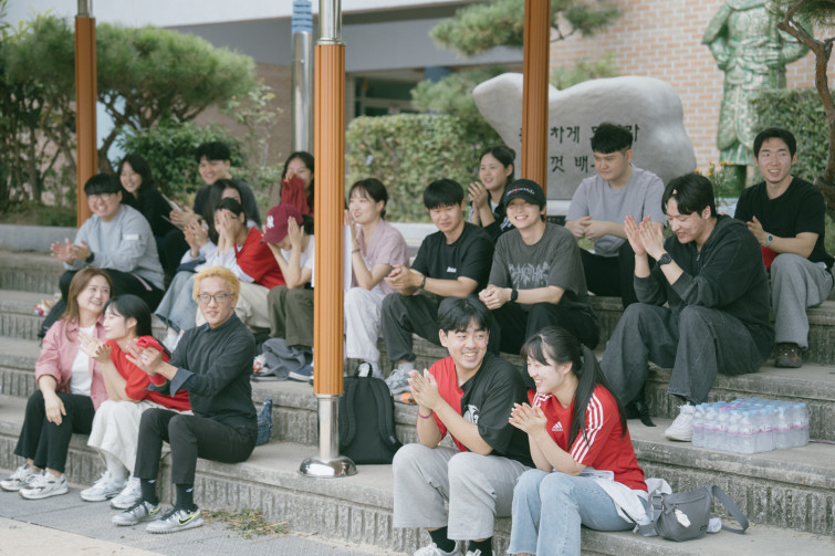 YTo1ODp7czo4OiJGaWxlTmFtZSI7czo0MDoiYzhjMmEyOTctNTgwOS00MmI0LWE0ZjAtNTRhOWQzNDVlN2MxLmpwZyI7czoxMjoiRmlsZURhdGVUaW1lIjtpOjE3NjA1MTQyNjU7czo4OiJGaWxlU2l6ZSI7aToxNDU1NDczO3M6ODoiRmlsZVR5cGUiO2k6MjtzOjg6Ik1pbWVUeXBlIjtzOjEwOiJpbWFnZS9qcGVnIjtzOjEzOiJTZWN0aW9uc0ZvdW5kIjtzOjMwOiJBTllfVEFHLCBJRkQwLCBUSFVNQk5BSUwsIEVYSUYiO3M6ODoiQ09NUFVURUQiO2E6OTp7czo0OiJodG1sIjtzOjI2OiJ3aWR0aD0iMTc1MiIgaGVpZ2h0PSIxMTY4IiI7czo2OiJIZWlnaHQiO2k6MTE2ODtzOjU6IldpZHRoIjtpOjE3NTI7czo3OiJJc0NvbG9yIjtpOjE7czoxNzoiQnl0ZU9yZGVyTW90b3JvbGEiO2k6MDtzOjE1OiJBcGVydHVyZUZOdW1iZXIiO3M6NToiZi8yLjgiO3M6OToiQ29weXJpZ2h0IjtzOjQ6IllBQkMiO3M6MTg6IlRodW1ibmFpbC5GaWxlVHlwZSI7aToyO3M6MTg6IlRodW1ibmFpbC5NaW1lVHlwZSI7czoxMDoiaW1hZ2UvanBlZyI7fXM6NDoiTWFrZSI7czo0OiJTT05ZIjtzOjU6Ik1vZGVsIjtzOjg6IklMQ0UtN000IjtzOjExOiJYUmVzb2x1dGlvbiI7czo1OiIyNDAvMSI7czoxMToiWVJlc29sdXRpb24iO3M6NToiMjQwLzEiO3M6MTQ6IlJlc29sdXRpb25Vbml0IjtpOjI7czo4OiJTb2Z0d2FyZSI7czo1MjoiQWRvYmUgUGhvdG9zaG9wIExpZ2h0cm9vbSBDbGFzc2ljIDE0LjUuMSAoTWFjaW50b3NoKSI7czo4OiJEYXRlVGltZSI7czoxOToiMjAyNToxMDoxMyAxMzoyOToxMCI7czo2OiJBcnRpc3QiO3M6NzoiWUFCQ19TRyI7czo5OiJDb3B5cmlnaHQiO3M6NDoiWUFCQyI7czoxNjoiRXhpZl9JRkRfUG9pbnRlciI7aToyNTQ7czo5OiJUSFVNQk5BSUwiO2E6Njp7czoxMToiQ29tcHJlc3Npb24iO2k6NjtzOjExOiJYUmVzb2x1dGlvbiI7czo0OiI3Mi8xIjtzOjExOiJZUmVzb2x1dGlvbiI7czo0OiI3Mi8xIjtzOjE0OiJSZXNvbHV0aW9uVW5pdCI7aToyO3M6MjE6IkpQRUdJbnRlcmNoYW5nZUZvcm1hdCI7aToxMDQwO3M6Mjc6IkpQRUdJbnRlcmNoYW5nZUZvcm1hdExlbmd0aCI7aToxOTI0Mzt9czoxMjoiRXhwb3N1cmVUaW1lIjtzOjU6IjEvODAwIjtzOjc6IkZOdW1iZXIiO3M6NToiMjgvMTAiO3M6MTU6IkV4cG9zdXJlUHJvZ3JhbSI7aToxO3M6MTU6IklTT1NwZWVkUmF0aW5ncyI7aToyMDA7czoxOToiVW5kZWZpbmVkVGFnOjB4ODgzMCI7aToyO3M6MTk6IlVuZGVmaW5lZFRhZzoweDg4MzIiO2k6MjAwO3M6MTE6IkV4aWZWZXJzaW9uIjtzOjQ6IjAyMzIiO3M6MTY6IkRhdGVUaW1lT3JpZ2luYWwiO3M6MTk6IjIwMjU6MTA6MTIgMTQ6MDI6MjQiO3M6MTc6IkRhdGVUaW1lRGlnaXRpemVkIjtzOjE5OiIyMDI1OjEwOjEyIDE0OjAyOjI0IjtzOjE5OiJVbmRlZmluZWRUYWc6MHg5MDEwIjtzOjY6IiswOTowMCI7czoxOToiVW5kZWZpbmVkVGFnOjB4OTAxMSI7czo2OiIrMDk6MDAiO3M6MTk6IlVuZGVmaW5lZFRhZzoweDkwMTIiO3M6NjoiKzA5OjAwIjtzOjE3OiJTaHV0dGVyU3BlZWRWYWx1ZSI7czoxNToiOTY0Mzg1Ni8xMDAwMDAwIjtzOjEzOiJBcGVydHVyZVZhbHVlIjtzOjE1OiIyOTcwODU0LzEwMDAwMDAiO3M6MTU6IkJyaWdodG5lc3NWYWx1ZSI7czoxMDoiMTcyNzQvMjU2MCI7czoxNzoiRXhwb3N1cmVCaWFzVmFsdWUiO3M6NDoiMC8xMCI7czoxNjoiTWF4QXBlcnR1cmVWYWx1ZSI7czo3OiI3NjAvMjU2IjtzOjEyOiJNZXRlcmluZ01vZGUiO2k6NTtzOjExOiJMaWdodFNvdXJjZSI7aTowO3M6NToiRmxhc2giO2k6MTY7czoxMToiRm9jYWxMZW5ndGgiO3M6NjoiNzAwLzEwIjtzOjE4OiJTdWJTZWNUaW1lT3JpZ2luYWwiO3M6MzoiNTIwIjtzOjE5OiJTdWJTZWNUaW1lRGlnaXRpemVkIjtzOjM6IjUyMCI7czoxMDoiQ29sb3JTcGFjZSI7aTo2NTUzNTtzOjIxOiJGb2NhbFBsYW5lWFJlc29sdXRpb24iO3M6MTQ6IjY0NDQ5MzM5LzMyNzY4IjtzOjIxOiJGb2NhbFBsYW5lWVJlc29sdXRpb24iO3M6MTQ6IjY0NDQ5MzM5LzMyNzY4IjtzOjI0OiJGb2NhbFBsYW5lUmVzb2x1dGlvblVuaXQiO2k6MztzOjEwOiJGaWxlU291cmNlIjtzOjE6IgMiO3M6OToiU2NlbmVUeXBlIjtzOjE6IgEiO3M6MTQ6IkN1c3RvbVJlbmRlcmVkIjtpOjA7czoxMjoiRXhwb3N1cmVNb2RlIjtpOjE7czoxMjoiV2hpdGVCYWxhbmNlIjtpOjE7czoxNjoiRGlnaXRhbFpvb21SYXRpbyI7czo1OiIxNi8xNiI7czoyMToiRm9jYWxMZW5ndGhJbjM1bW1GaWxtIjtpOjcwO3M6MTY6IlNjZW5lQ2FwdHVyZVR5cGUiO2k6MDtzOjg6IkNvbnRyYXN0IjtpOjA7czoxMDoiU2F0dXJhdGlvbiI7aTowO3M6OToiU2hhcnBuZXNzIjtpOjA7czoxOToiVW5kZWZpbmVkVGFnOjB4QTQzMiI7YTo0OntpOjA7czo2OiIyNDAvMTAiO2k6MTtzOjY6IjcwMC8xMCI7aToyO3M6NToiMjgvMTAiO2k6MztzOjU6IjI4LzEwIjt9czoxOToiVW5kZWZpbmVkVGFnOjB4QTQzNCI7czoyMToiRkUgMjQtNzBtbSBGMi44IEdNIElJIjt9