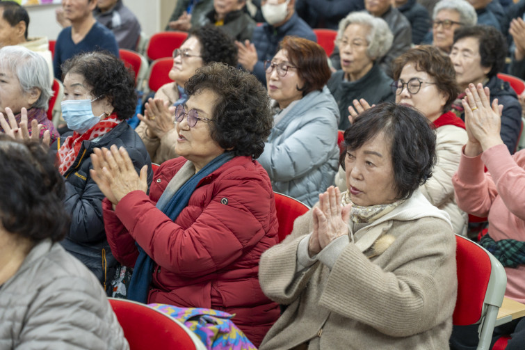 YTo1ODp7czo4OiJGaWxlTmFtZSI7czo0MDoiY2E4OTFmOGQtODNkOS00NTlhLWE5YTYtMTdmYTQ5NWNkZWFiLmpwZyI7czoxMjoiRmlsZURhdGVUaW1lIjtpOjE3NjQzMTg1NTk7czo4OiJGaWxlU2l6ZSI7aToxNTE5MjE1O3M6ODoiRmlsZVR5cGUiO2k6MjtzOjg6Ik1pbWVUeXBlIjtzOjEwOiJpbWFnZS9qcGVnIjtzOjEzOiJTZWN0aW9uc0ZvdW5kIjtzOjMwOiJBTllfVEFHLCBJRkQwLCBUSFVNQk5BSUwsIEVYSUYiO3M6ODoiQ09NUFVURUQiO2E6OTp7czo0OiJodG1sIjtzOjI2OiJ3aWR0aD0iMTc0NCIgaGVpZ2h0PSIxMTYzIiI7czo2OiJIZWlnaHQiO2k6MTE2MztzOjU6IldpZHRoIjtpOjE3NDQ7czo3OiJJc0NvbG9yIjtpOjE7czoxNzoiQnl0ZU9yZGVyTW90b3JvbGEiO2k6MDtzOjE1OiJBcGVydHVyZUZOdW1iZXIiO3M6NToiZi80LjAiO3M6OToiQ29weXJpZ2h0IjtzOjQ6IllBQkMiO3M6MTg6IlRodW1ibmFpbC5GaWxlVHlwZSI7aToyO3M6MTg6IlRodW1ibmFpbC5NaW1lVHlwZSI7czoxMDoiaW1hZ2UvanBlZyI7fXM6NDoiTWFrZSI7czo0OiJTT05ZIjtzOjU6Ik1vZGVsIjtzOjg6IklMQ0UtN000IjtzOjExOiJYUmVzb2x1dGlvbiI7czo1OiIyNDAvMSI7czoxMToiWVJlc29sdXRpb24iO3M6NToiMjQwLzEiO3M6MTQ6IlJlc29sdXRpb25Vbml0IjtpOjI7czo4OiJTb2Z0d2FyZSI7czo1MjoiQWRvYmUgUGhvdG9zaG9wIExpZ2h0cm9vbSBDbGFzc2ljIDE1LjAuMSAoTWFjaW50b3NoKSI7czo4OiJEYXRlVGltZSI7czoxOToiMjAyNToxMToyOCAxNzowMTo1OSI7czo2OiJBcnRpc3QiO3M6NzoiWUFCQ19TRyI7czo5OiJDb3B5cmlnaHQiO3M6NDoiWUFCQyI7czoxNjoiRXhpZl9JRkRfUG9pbnRlciI7aToyNTQ7czo5OiJUSFVNQk5BSUwiO2E6Njp7czoxMToiQ29tcHJlc3Npb24iO2k6NjtzOjExOiJYUmVzb2x1dGlvbiI7czo0OiI3Mi8xIjtzOjExOiJZUmVzb2x1dGlvbiI7czo0OiI3Mi8xIjtzOjE0OiJSZXNvbHV0aW9uVW5pdCI7aToyO3M6MjE6IkpQRUdJbnRlcmNoYW5nZUZvcm1hdCI7aToxMDQwO3M6Mjc6IkpQRUdJbnRlcmNoYW5nZUZvcm1hdExlbmd0aCI7aToyMDQ1ODt9czoxMjoiRXhwb3N1cmVUaW1lIjtzOjQ6IjEvODAiO3M6NzoiRk51bWJlciI7czozOiI0LzEiO3M6MTU6IkV4cG9zdXJlUHJvZ3JhbSI7aToxO3M6MTU6IklTT1NwZWVkUmF0aW5ncyI7aTo2NDA7czoxOToiVW5kZWZpbmVkVGFnOjB4ODgzMCI7aToyO3M6MTk6IlVuZGVmaW5lZFRhZzoweDg4MzIiO2k6NjQwO3M6MTE6IkV4aWZWZXJzaW9uIjtzOjQ6IjAyMzIiO3M6MTY6IkRhdGVUaW1lT3JpZ2luYWwiO3M6MTk6IjIwMjU6MTE6MjggMTA6NDI6MTkiO3M6MTc6IkRhdGVUaW1lRGlnaXRpemVkIjtzOjE5OiIyMDI1OjExOjI4IDEwOjQyOjE5IjtzOjE5OiJVbmRlZmluZWRUYWc6MHg5MDEwIjtzOjY6IiswOTowMCI7czoxOToiVW5kZWZpbmVkVGFnOjB4OTAxMSI7czo2OiIrMDk6MDAiO3M6MTk6IlVuZGVmaW5lZFRhZzoweDkwMTIiO3M6NjoiKzA5OjAwIjtzOjE3OiJTaHV0dGVyU3BlZWRWYWx1ZSI7czoxNToiNjMyMTkyOC8xMDAwMDAwIjtzOjEzOiJBcGVydHVyZVZhbHVlIjtzOjM6IjQvMSI7czoxNToiQnJpZ2h0bmVzc1ZhbHVlIjtzOjk6IjM2NjQvMjU2MCI7czoxNzoiRXhwb3N1cmVCaWFzVmFsdWUiO3M6NDoiMC8xMCI7czoxNjoiTWF4QXBlcnR1cmVWYWx1ZSI7czo4OiIxMDI0LzI1NiI7czoxMjoiTWV0ZXJpbmdNb2RlIjtpOjU7czoxMToiTGlnaHRTb3VyY2UiO2k6MDtzOjU6IkZsYXNoIjtpOjE2O3M6MTE6IkZvY2FsTGVuZ3RoIjtzOjY6Ijc2MC8xMCI7czoxODoiU3ViU2VjVGltZU9yaWdpbmFsIjtzOjM6IjI4NSI7czoxOToiU3ViU2VjVGltZURpZ2l0aXplZCI7czozOiIyODUiO3M6MTA6IkNvbG9yU3BhY2UiO2k6NjU1MzU7czoyMToiRm9jYWxQbGFuZVhSZXNvbHV0aW9uIjtzOjE0OiI2NDQ0OTMzOS8zMjc2OCI7czoyMToiRm9jYWxQbGFuZVlSZXNvbHV0aW9uIjtzOjE0OiI2NDQ0OTMzOS8zMjc2OCI7czoyNDoiRm9jYWxQbGFuZVJlc29sdXRpb25Vbml0IjtpOjM7czoxMDoiRmlsZVNvdXJjZSI7czoxOiIDIjtzOjk6IlNjZW5lVHlwZSI7czoxOiIBIjtzOjE0OiJDdXN0b21SZW5kZXJlZCI7aTowO3M6MTI6IkV4cG9zdXJlTW9kZSI7aToxO3M6MTI6IldoaXRlQmFsYW5jZSI7aToxO3M6MTY6IkRpZ2l0YWxab29tUmF0aW8iO3M6NToiMTYvMTYiO3M6MjE6IkZvY2FsTGVuZ3RoSW4zNW1tRmlsbSI7aTo3NjtzOjE2OiJTY2VuZUNhcHR1cmVUeXBlIjtpOjA7czo4OiJDb250cmFzdCI7aTowO3M6MTA6IlNhdHVyYXRpb24iO2k6MDtzOjk6IlNoYXJwbmVzcyI7aTowO3M6MTk6IlVuZGVmaW5lZFRhZzoweEE0MzIiO2E6NDp7aTowO3M6NjoiMjQwLzEwIjtpOjE7czo3OiIxMDUwLzEwIjtpOjI7czo1OiI0MC8xMCI7aTozO3M6NToiNDAvMTAiO31zOjE5OiJVbmRlZmluZWRUYWc6MHhBNDM0IjtzOjIwOiJGRSAyNC0xMDVtbSBGNCBHIE9TUyI7fQ==