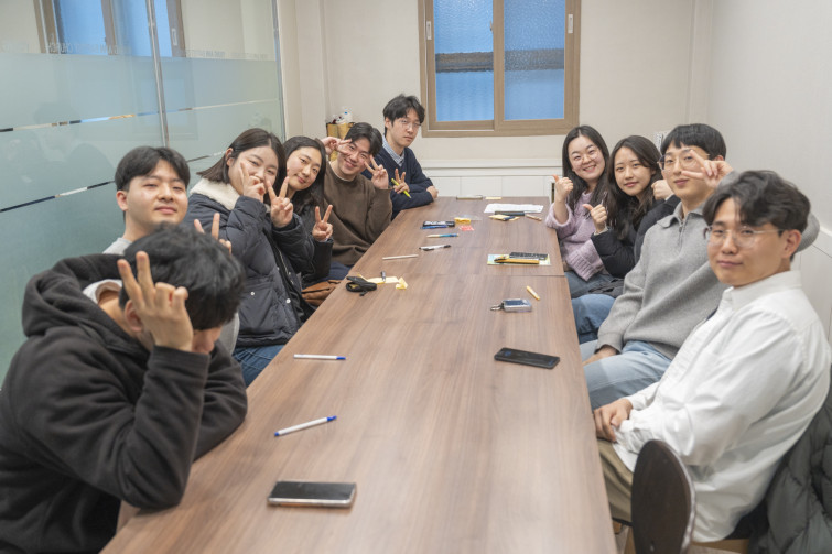 YTo1ODp7czo4OiJGaWxlTmFtZSI7czo0MDoiY2VmZGQ5MzItZmY0Yi00OGIwLWFkNjQtMDI4MDJiMjlmN2JkLmpwZyI7czoxMjoiRmlsZURhdGVUaW1lIjtpOjE3NzI5NTMzMTg7czo4OiJGaWxlU2l6ZSI7aToxMTU2NzIzO3M6ODoiRmlsZVR5cGUiO2k6MjtzOjg6Ik1pbWVUeXBlIjtzOjEwOiJpbWFnZS9qcGVnIjtzOjEzOiJTZWN0aW9uc0ZvdW5kIjtzOjMwOiJBTllfVEFHLCBJRkQwLCBUSFVNQk5BSUwsIEVYSUYiO3M6ODoiQ09NUFVURUQiO2E6OTp7czo0OiJodG1sIjtzOjI2OiJ3aWR0aD0iMTc1MiIgaGVpZ2h0PSIxMTY4IiI7czo2OiJIZWlnaHQiO2k6MTE2ODtzOjU6IldpZHRoIjtpOjE3NTI7czo3OiJJc0NvbG9yIjtpOjE7czoxNzoiQnl0ZU9yZGVyTW90b3JvbGEiO2k6MDtzOjE1OiJBcGVydHVyZUZOdW1iZXIiO3M6NToiZi80LjAiO3M6OToiQ29weXJpZ2h0IjtzOjQ6IllBQkMiO3M6MTg6IlRodW1ibmFpbC5GaWxlVHlwZSI7aToyO3M6MTg6IlRodW1ibmFpbC5NaW1lVHlwZSI7czoxMDoiaW1hZ2UvanBlZyI7fXM6NDoiTWFrZSI7czo0OiJTT05ZIjtzOjU6Ik1vZGVsIjtzOjg6IklMQ0UtN000IjtzOjExOiJYUmVzb2x1dGlvbiI7czo1OiIyNDAvMSI7czoxMToiWVJlc29sdXRpb24iO3M6NToiMjQwLzEiO3M6MTQ6IlJlc29sdXRpb25Vbml0IjtpOjI7czo4OiJTb2Z0d2FyZSI7czo1MDoiQWRvYmUgUGhvdG9zaG9wIExpZ2h0cm9vbSBDbGFzc2ljIDE1LjIgKE1hY2ludG9zaCkiO3M6ODoiRGF0ZVRpbWUiO3M6MTk6IjIwMjY6MDM6MDMgMTE6MDc6MDciO3M6NjoiQXJ0aXN0IjtzOjc6IllBQkNfU0ciO3M6OToiQ29weXJpZ2h0IjtzOjQ6IllBQkMiO3M6MTY6IkV4aWZfSUZEX1BvaW50ZXIiO2k6MjUyO3M6OToiVEhVTUJOQUlMIjthOjY6e3M6MTE6IkNvbXByZXNzaW9uIjtpOjY7czoxMToiWFJlc29sdXRpb24iO3M6NDoiNzIvMSI7czoxMToiWVJlc29sdXRpb24iO3M6NDoiNzIvMSI7czoxNDoiUmVzb2x1dGlvblVuaXQiO2k6MjtzOjIxOiJKUEVHSW50ZXJjaGFuZ2VGb3JtYXQiO2k6MTAzODtzOjI3OiJKUEVHSW50ZXJjaGFuZ2VGb3JtYXRMZW5ndGgiO2k6MTM4NjQ7fXM6MTI6IkV4cG9zdXJlVGltZSI7czo0OiIxLzgwIjtzOjc6IkZOdW1iZXIiO3M6MzoiNC8xIjtzOjE1OiJFeHBvc3VyZVByb2dyYW0iO2k6MTtzOjE1OiJJU09TcGVlZFJhdGluZ3MiO2k6NTAwO3M6MTk6IlVuZGVmaW5lZFRhZzoweDg4MzAiO2k6MjtzOjE5OiJVbmRlZmluZWRUYWc6MHg4ODMyIjtpOjUwMDtzOjExOiJFeGlmVmVyc2lvbiI7czo0OiIwMjMyIjtzOjE2OiJEYXRlVGltZU9yaWdpbmFsIjtzOjE5OiIyMDI2OjAzOjAxIDE2OjUxOjA0IjtzOjE3OiJEYXRlVGltZURpZ2l0aXplZCI7czoxOToiMjAyNjowMzowMSAxNjo1MTowNCI7czoxOToiVW5kZWZpbmVkVGFnOjB4OTAxMCI7czo2OiIrMDk6MDAiO3M6MTk6IlVuZGVmaW5lZFRhZzoweDkwMTEiO3M6NjoiKzA5OjAwIjtzOjE5OiJVbmRlZmluZWRUYWc6MHg5MDEyIjtzOjY6IiswOTowMCI7czoxNzoiU2h1dHRlclNwZWVkVmFsdWUiO3M6MTU6IjYzMjE5MjgvMTAwMDAwMCI7czoxMzoiQXBlcnR1cmVWYWx1ZSI7czozOiI0LzEiO3M6MTU6IkJyaWdodG5lc3NWYWx1ZSI7czo5OiI1Mzk0LzI1NjAiO3M6MTc6IkV4cG9zdXJlQmlhc1ZhbHVlIjtzOjQ6IjAvMTAiO3M6MTY6Ik1heEFwZXJ0dXJlVmFsdWUiO3M6NzoiNzYwLzI1NiI7czoxMjoiTWV0ZXJpbmdNb2RlIjtpOjU7czoxMToiTGlnaHRTb3VyY2UiO2k6MDtzOjU6IkZsYXNoIjtpOjE2O3M6MTE6IkZvY2FsTGVuZ3RoIjtzOjY6IjMzMC8xMCI7czoxODoiU3ViU2VjVGltZU9yaWdpbmFsIjtzOjM6IjU0OCI7czoxOToiU3ViU2VjVGltZURpZ2l0aXplZCI7czozOiI1NDgiO3M6MTA6IkNvbG9yU3BhY2UiO2k6NjU1MzU7czoyMToiRm9jYWxQbGFuZVhSZXNvbHV0aW9uIjtzOjE0OiI2NDQ0OTMzOS8zMjc2OCI7czoyMToiRm9jYWxQbGFuZVlSZXNvbHV0aW9uIjtzOjE0OiI2NDQ0OTMzOS8zMjc2OCI7czoyNDoiRm9jYWxQbGFuZVJlc29sdXRpb25Vbml0IjtpOjM7czoxMDoiRmlsZVNvdXJjZSI7czoxOiIDIjtzOjk6IlNjZW5lVHlwZSI7czoxOiIBIjtzOjE0OiJDdXN0b21SZW5kZXJlZCI7aTowO3M6MTI6IkV4cG9zdXJlTW9kZSI7aToxO3M6MTI6IldoaXRlQmFsYW5jZSI7aTowO3M6MTY6IkRpZ2l0YWxab29tUmF0aW8iO3M6NToiMTYvMTYiO3M6MjE6IkZvY2FsTGVuZ3RoSW4zNW1tRmlsbSI7aTozMztzOjE2OiJTY2VuZUNhcHR1cmVUeXBlIjtpOjA7czo4OiJDb250cmFzdCI7aTowO3M6MTA6IlNhdHVyYXRpb24iO2k6MDtzOjk6IlNoYXJwbmVzcyI7aTowO3M6MTk6IlVuZGVmaW5lZFRhZzoweEE0MzIiO2E6NDp7aTowO3M6NjoiMjQwLzEwIjtpOjE7czo2OiI3MDAvMTAiO2k6MjtzOjU6IjI4LzEwIjtpOjM7czo1OiIyOC8xMCI7fXM6MTk6IlVuZGVmaW5lZFRhZzoweEE0MzQiO3M6MjE6IkZFIDI0LTcwbW0gRjIuOCBHTSBJSSI7fQ==