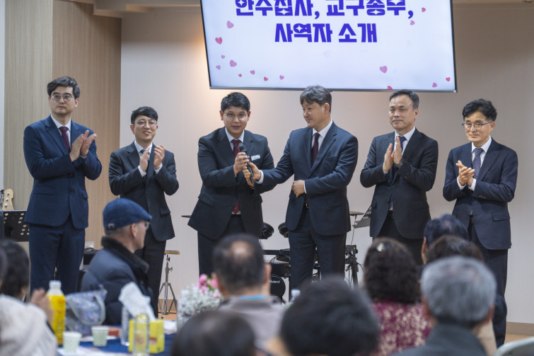 YTo1ODp7czo4OiJGaWxlTmFtZSI7czo0MDoiZDNmZGFlNjUtNzkyYi00YzlkLTljYjEtYTBmZjA2YzRjMDkzLmpwZyI7czoxMjoiRmlsZURhdGVUaW1lIjtpOjE3NzE5MDU4Mjg7czo4OiJGaWxlU2l6ZSI7aToxOTY0MjM1O3M6ODoiRmlsZVR5cGUiO2k6MjtzOjg6Ik1pbWVUeXBlIjtzOjEwOiJpbWFnZS9qcGVnIjtzOjEzOiJTZWN0aW9uc0ZvdW5kIjtzOjMwOiJBTllfVEFHLCBJRkQwLCBUSFVNQk5BSUwsIEVYSUYiO3M6ODoiQ09NUFVURUQiO2E6OTp7czo0OiJodG1sIjtzOjI2OiJ3aWR0aD0iMTc1MiIgaGVpZ2h0PSIxMTY4IiI7czo2OiJIZWlnaHQiO2k6MTE2ODtzOjU6IldpZHRoIjtpOjE3NTI7czo3OiJJc0NvbG9yIjtpOjE7czoxNzoiQnl0ZU9yZGVyTW90b3JvbGEiO2k6MDtzOjE1OiJBcGVydHVyZUZOdW1iZXIiO3M6NToiZi80LjAiO3M6OToiQ29weXJpZ2h0IjtzOjQ6IllBQkMiO3M6MTg6IlRodW1ibmFpbC5GaWxlVHlwZSI7aToyO3M6MTg6IlRodW1ibmFpbC5NaW1lVHlwZSI7czoxMDoiaW1hZ2UvanBlZyI7fXM6NDoiTWFrZSI7czo0OiJTT05ZIjtzOjU6Ik1vZGVsIjtzOjg6IklMQ0UtN000IjtzOjExOiJYUmVzb2x1dGlvbiI7czo1OiIyNDAvMSI7czoxMToiWVJlc29sdXRpb24iO3M6NToiMjQwLzEiO3M6MTQ6IlJlc29sdXRpb25Vbml0IjtpOjI7czo4OiJTb2Z0d2FyZSI7czo1MjoiQWRvYmUgUGhvdG9zaG9wIExpZ2h0cm9vbSBDbGFzc2ljIDE1LjEuMSAoTWFjaW50b3NoKSI7czo4OiJEYXRlVGltZSI7czoxOToiMjAyNjowMjoyNCAxMjo1OTo1MCI7czo2OiJBcnRpc3QiO3M6NzoiWUFCQ19TRyI7czo5OiJDb3B5cmlnaHQiO3M6NDoiWUFCQyI7czoxNjoiRXhpZl9JRkRfUG9pbnRlciI7aToyNTQ7czo5OiJUSFVNQk5BSUwiO2E6Njp7czoxMToiQ29tcHJlc3Npb24iO2k6NjtzOjExOiJYUmVzb2x1dGlvbiI7czo0OiI3Mi8xIjtzOjExOiJZUmVzb2x1dGlvbiI7czo0OiI3Mi8xIjtzOjE0OiJSZXNvbHV0aW9uVW5pdCI7aToyO3M6MjE6IkpQRUdJbnRlcmNoYW5nZUZvcm1hdCI7aToxMDQwO3M6Mjc6IkpQRUdJbnRlcmNoYW5nZUZvcm1hdExlbmd0aCI7aToxNjQxMDt9czoxMjoiRXhwb3N1cmVUaW1lIjtzOjQ6IjEvNjAiO3M6NzoiRk51bWJlciI7czozOiI0LzEiO3M6MTU6IkV4cG9zdXJlUHJvZ3JhbSI7aToxO3M6MTU6IklTT1NwZWVkUmF0aW5ncyI7aToyMDA7czoxOToiVW5kZWZpbmVkVGFnOjB4ODgzMCI7aToyO3M6MTk6IlVuZGVmaW5lZFRhZzoweDg4MzIiO2k6MjAwO3M6MTE6IkV4aWZWZXJzaW9uIjtzOjQ6IjAyMzIiO3M6MTY6IkRhdGVUaW1lT3JpZ2luYWwiO3M6MTk6IjIwMjY6MDI6MjIgMTQ6MTQ6MzMiO3M6MTc6IkRhdGVUaW1lRGlnaXRpemVkIjtzOjE5OiIyMDI2OjAyOjIyIDE0OjE0OjMzIjtzOjE5OiJVbmRlZmluZWRUYWc6MHg5MDEwIjtzOjY6IiswOTowMCI7czoxOToiVW5kZWZpbmVkVGFnOjB4OTAxMSI7czo2OiIrMDk6MDAiO3M6MTk6IlVuZGVmaW5lZFRhZzoweDkwMTIiO3M6NjoiKzA5OjAwIjtzOjE3OiJTaHV0dGVyU3BlZWRWYWx1ZSI7czoxNToiNTkwNjg5MS8xMDAwMDAwIjtzOjEzOiJBcGVydHVyZVZhbHVlIjtzOjM6IjQvMSI7czoxNToiQnJpZ2h0bmVzc1ZhbHVlIjtzOjk6IjQ2NjQvMjU2MCI7czoxNzoiRXhwb3N1cmVCaWFzVmFsdWUiO3M6NDoiMC8xMCI7czoxNjoiTWF4QXBlcnR1cmVWYWx1ZSI7czo4OiIxMDI0LzI1NiI7czoxMjoiTWV0ZXJpbmdNb2RlIjtpOjU7czoxMToiTGlnaHRTb3VyY2UiO2k6MDtzOjU6IkZsYXNoIjtpOjEzO3M6MTE6IkZvY2FsTGVuZ3RoIjtzOjc6IjE0MDAvMTAiO3M6MTg6IlN1YlNlY1RpbWVPcmlnaW5hbCI7czozOiI0MjYiO3M6MTk6IlN1YlNlY1RpbWVEaWdpdGl6ZWQiO3M6MzoiNDI2IjtzOjEwOiJDb2xvclNwYWNlIjtpOjY1NTM1O3M6MjE6IkZvY2FsUGxhbmVYUmVzb2x1dGlvbiI7czoxNDoiNjQ0NDkzMzkvMzI3NjgiO3M6MjE6IkZvY2FsUGxhbmVZUmVzb2x1dGlvbiI7czoxNDoiNjQ0NDkzMzkvMzI3NjgiO3M6MjQ6IkZvY2FsUGxhbmVSZXNvbHV0aW9uVW5pdCI7aTozO3M6MTA6IkZpbGVTb3VyY2UiO3M6MToiAyI7czo5OiJTY2VuZVR5cGUiO3M6MToiASI7czoxNDoiQ3VzdG9tUmVuZGVyZWQiO2k6MDtzOjEyOiJFeHBvc3VyZU1vZGUiO2k6MTtzOjEyOiJXaGl0ZUJhbGFuY2UiO2k6MTtzOjE2OiJEaWdpdGFsWm9vbVJhdGlvIjtzOjU6IjE2LzE2IjtzOjIxOiJGb2NhbExlbmd0aEluMzVtbUZpbG0iO2k6MTQwO3M6MTY6IlNjZW5lQ2FwdHVyZVR5cGUiO2k6MDtzOjg6IkNvbnRyYXN0IjtpOjA7czoxMDoiU2F0dXJhdGlvbiI7aTowO3M6OToiU2hhcnBuZXNzIjtpOjA7czoxOToiVW5kZWZpbmVkVGFnOjB4QTQzMiI7YTo0OntpOjA7czo2OiI3MDAvMTAiO2k6MTtzOjc6IjIwMDAvMTAiO2k6MjtzOjU6IjQwLzEwIjtpOjM7czo1OiI0MC8xMCI7fXM6MTk6IlVuZGVmaW5lZFRhZzoweEE0MzQiO3M6MjA6IkZFIDcwLTIwMG1tIEY0IEcgT1NTIjt9