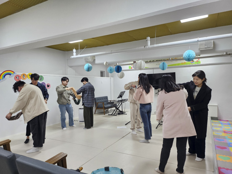 YTo0MTp7czo4OiJGaWxlTmFtZSI7czo0MDoiZDY3YmFhZDMtZDJjMC00YjQ3LWE5MjAtOTY5OWRhZTZlYWNhLmpwZyI7czoxMjoiRmlsZURhdGVUaW1lIjtpOjE3NDIyNTk0Mjg7czo4OiJGaWxlU2l6ZSI7aTo1MTIwNjI7czo4OiJGaWxlVHlwZSI7aToyO3M6ODoiTWltZVR5cGUiO3M6MTA6ImltYWdlL2pwZWciO3M6MTM6IlNlY3Rpb25zRm91bmQiO3M6MzA6IkFOWV9UQUcsIElGRDAsIFRIVU1CTkFJTCwgRVhJRiI7czo4OiJDT01QVVRFRCI7YTo4OntzOjQ6Imh0bWwiO3M6MjU6IndpZHRoPSIxMDAwIiBoZWlnaHQ9Ijc1MCIiO3M6NjoiSGVpZ2h0IjtpOjc1MDtzOjU6IldpZHRoIjtpOjEwMDA7czo3OiJJc0NvbG9yIjtpOjE7czoxNzoiQnl0ZU9yZGVyTW90b3JvbGEiO2k6MDtzOjE1OiJBcGVydHVyZUZOdW1iZXIiO3M6NToiZi8xLjgiO3M6MTg6IlRodW1ibmFpbC5GaWxlVHlwZSI7aToyO3M6MTg6IlRodW1ibmFpbC5NaW1lVHlwZSI7czoxMDoiaW1hZ2UvanBlZyI7fXM6NDoiTWFrZSI7czo3OiJzYW1zdW5nIjtzOjU6Ik1vZGVsIjtzOjE0OiJHYWxheHkgWiBGbGlwNSI7czoxMToiWFJlc29sdXRpb24iO3M6NToiMjQwLzEiO3M6MTE6IllSZXNvbHV0aW9uIjtzOjU6IjI0MC8xIjtzOjE0OiJSZXNvbHV0aW9uVW5pdCI7aToyO3M6ODoiU29mdHdhcmUiO3M6NTA6IkFkb2JlIFBob3Rvc2hvcCBMaWdodHJvb20gQ2xhc3NpYyAxNC4yIChNYWNpbnRvc2gpIjtzOjg6IkRhdGVUaW1lIjtzOjE5OiIyMDI1OjAzOjE4IDA5OjU2OjUxIjtzOjE2OiJFeGlmX0lGRF9Qb2ludGVyIjtpOjIyMjtzOjk6IlRIVU1CTkFJTCI7YTo2OntzOjExOiJDb21wcmVzc2lvbiI7aTo2O3M6MTE6IlhSZXNvbHV0aW9uIjtzOjQ6IjcyLzEiO3M6MTE6IllSZXNvbHV0aW9uIjtzOjQ6IjcyLzEiO3M6MTQ6IlJlc29sdXRpb25Vbml0IjtpOjI7czoyMToiSlBFR0ludGVyY2hhbmdlRm9ybWF0IjtpOjc1MDtzOjI3OiJKUEVHSW50ZXJjaGFuZ2VGb3JtYXRMZW5ndGgiO2k6MTU1NDk7fXM6MTI6IkV4cG9zdXJlVGltZSI7czo1OiIxLzEyMCI7czo3OiJGTnVtYmVyIjtzOjU6IjE4LzEwIjtzOjE1OiJFeHBvc3VyZVByb2dyYW0iO2k6MjtzOjE1OiJJU09TcGVlZFJhdGluZ3MiO2k6MzIwO3M6MTE6IkV4aWZWZXJzaW9uIjtzOjQ6IjAyMzEiO3M6MTY6IkRhdGVUaW1lT3JpZ2luYWwiO3M6MTk6IjIwMjU6MDM6MTYgMTU6NDQ6MTgiO3M6MTc6IkRhdGVUaW1lRGlnaXRpemVkIjtzOjE5OiIyMDI1OjAzOjE2IDE1OjQ0OjE4IjtzOjE5OiJVbmRlZmluZWRUYWc6MHg5MDEwIjtzOjY6IiswOTowMCI7czoxOToiVW5kZWZpbmVkVGFnOjB4OTAxMSI7czo2OiIrMDk6MDAiO3M6MTc6IlNodXR0ZXJTcGVlZFZhbHVlIjtzOjE1OiI2OTA2ODkxLzEwMDAwMDAiO3M6MTM6IkFwZXJ0dXJlVmFsdWUiO3M6MTU6IjE2OTU5OTQvMTAwMDAwMCI7czoxNToiQnJpZ2h0bmVzc1ZhbHVlIjtzOjc6IjE5Mi8xMDAiO3M6MTc6IkV4cG9zdXJlQmlhc1ZhbHVlIjtzOjU6IjAvMTAwIjtzOjE2OiJNYXhBcGVydHVyZVZhbHVlIjtzOjc6IjE2OS8xMDAiO3M6MTI6Ik1ldGVyaW5nTW9kZSI7aToyO3M6NToiRmxhc2giO2k6MDtzOjExOiJGb2NhbExlbmd0aCI7czo3OiI1MDAvMTAwIjtzOjE4OiJTdWJTZWNUaW1lT3JpZ2luYWwiO3M6MzoiOTEzIjtzOjE5OiJTdWJTZWNUaW1lRGlnaXRpemVkIjtzOjM6IjkxMyI7czoxMDoiQ29sb3JTcGFjZSI7aTo2NTUzNTtzOjEyOiJFeHBvc3VyZU1vZGUiO2k6MDtzOjEyOiJXaGl0ZUJhbGFuY2UiO2k6MDtzOjE2OiJEaWdpdGFsWm9vbVJhdGlvIjtzOjc6IjEwMC8xMDAiO3M6MjE6IkZvY2FsTGVuZ3RoSW4zNW1tRmlsbSI7aToyNDtzOjE2OiJTY2VuZUNhcHR1cmVUeXBlIjtpOjA7fQ==