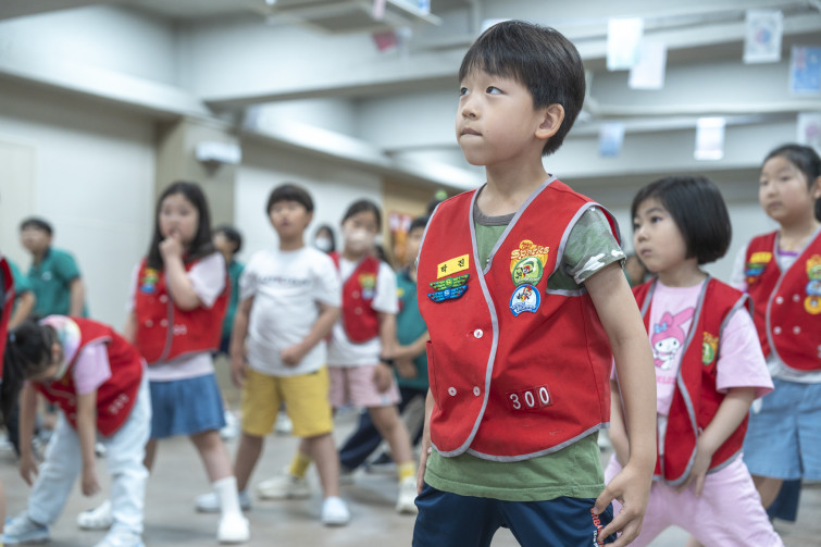 YTo1ODp7czo4OiJGaWxlTmFtZSI7czo0MDoiZGFiMWJkMzQtY2RiMy00MjFjLWEzZWUtMDkxZDgyYzg4OGUxLmpwZyI7czoxMjoiRmlsZURhdGVUaW1lIjtpOjE3NTA0ODMyMjU7czo4OiJGaWxlU2l6ZSI7aToxMjEwNzk2O3M6ODoiRmlsZVR5cGUiO2k6MjtzOjg6Ik1pbWVUeXBlIjtzOjEwOiJpbWFnZS9qcGVnIjtzOjEzOiJTZWN0aW9uc0ZvdW5kIjtzOjMwOiJBTllfVEFHLCBJRkQwLCBUSFVNQk5BSUwsIEVYSUYiO3M6ODoiQ09NUFVURUQiO2E6OTp7czo0OiJodG1sIjtzOjI2OiJ3aWR0aD0iMTc1MiIgaGVpZ2h0PSIxMTY4IiI7czo2OiJIZWlnaHQiO2k6MTE2ODtzOjU6IldpZHRoIjtpOjE3NTI7czo3OiJJc0NvbG9yIjtpOjE7czoxNzoiQnl0ZU9yZGVyTW90b3JvbGEiO2k6MDtzOjE1OiJBcGVydHVyZUZOdW1iZXIiO3M6NToiZi8yLjgiO3M6OToiQ29weXJpZ2h0IjtzOjQ6IllBQkMiO3M6MTg6IlRodW1ibmFpbC5GaWxlVHlwZSI7aToyO3M6MTg6IlRodW1ibmFpbC5NaW1lVHlwZSI7czoxMDoiaW1hZ2UvanBlZyI7fXM6NDoiTWFrZSI7czo0OiJTT05ZIjtzOjU6Ik1vZGVsIjtzOjg6IklMQ0UtN000IjtzOjExOiJYUmVzb2x1dGlvbiI7czo1OiIyNDAvMSI7czoxMToiWVJlc29sdXRpb24iO3M6NToiMjQwLzEiO3M6MTQ6IlJlc29sdXRpb25Vbml0IjtpOjI7czo4OiJTb2Z0d2FyZSI7czo1MjoiQWRvYmUgUGhvdG9zaG9wIExpZ2h0cm9vbSBDbGFzc2ljIDE0LjMuMSAoTWFjaW50b3NoKSI7czo4OiJEYXRlVGltZSI7czoxOToiMjAyNTowNjoyMSAxNDoxNDoxMCI7czo2OiJBcnRpc3QiO3M6NzoiWUFCQ19TRyI7czo5OiJDb3B5cmlnaHQiO3M6NDoiWUFCQyI7czoxNjoiRXhpZl9JRkRfUG9pbnRlciI7aToyNTQ7czo5OiJUSFVNQk5BSUwiO2E6Njp7czoxMToiQ29tcHJlc3Npb24iO2k6NjtzOjExOiJYUmVzb2x1dGlvbiI7czo0OiI3Mi8xIjtzOjExOiJZUmVzb2x1dGlvbiI7czo0OiI3Mi8xIjtzOjE0OiJSZXNvbHV0aW9uVW5pdCI7aToyO3M6MjE6IkpQRUdJbnRlcmNoYW5nZUZvcm1hdCI7aToxMDQwO3M6Mjc6IkpQRUdJbnRlcmNoYW5nZUZvcm1hdExlbmd0aCI7aToxODE4Mjt9czoxMjoiRXhwb3N1cmVUaW1lIjtzOjU6IjEvMTYwIjtzOjc6IkZOdW1iZXIiO3M6NToiMjgvMTAiO3M6MTU6IkV4cG9zdXJlUHJvZ3JhbSI7aToxO3M6MTU6IklTT1NwZWVkUmF0aW5ncyI7aTo0MDA7czoxOToiVW5kZWZpbmVkVGFnOjB4ODgzMCI7aToyO3M6MTk6IlVuZGVmaW5lZFRhZzoweDg4MzIiO2k6NDAwO3M6MTE6IkV4aWZWZXJzaW9uIjtzOjQ6IjAyMzIiO3M6MTY6IkRhdGVUaW1lT3JpZ2luYWwiO3M6MTk6IjIwMjU6MDY6MjEgMTA6MDI6MDgiO3M6MTc6IkRhdGVUaW1lRGlnaXRpemVkIjtzOjE5OiIyMDI1OjA2OjIxIDEwOjAyOjA4IjtzOjE5OiJVbmRlZmluZWRUYWc6MHg5MDEwIjtzOjY6IiswOTowMCI7czoxOToiVW5kZWZpbmVkVGFnOjB4OTAxMSI7czo2OiIrMDk6MDAiO3M6MTk6IlVuZGVmaW5lZFRhZzoweDkwMTIiO3M6NjoiKzA5OjAwIjtzOjE3OiJTaHV0dGVyU3BlZWRWYWx1ZSI7czoxNToiNzMyMTkyOC8xMDAwMDAwIjtzOjEzOiJBcGVydHVyZVZhbHVlIjtzOjE1OiIyOTcwODU0LzEwMDAwMDAiO3M6MTU6IkJyaWdodG5lc3NWYWx1ZSI7czo5OiI2NzI0LzI1NjAiO3M6MTc6IkV4cG9zdXJlQmlhc1ZhbHVlIjtzOjQ6IjAvMTAiO3M6MTY6Ik1heEFwZXJ0dXJlVmFsdWUiO3M6NzoiNzYwLzI1NiI7czoxMjoiTWV0ZXJpbmdNb2RlIjtpOjU7czoxMToiTGlnaHRTb3VyY2UiO2k6MDtzOjU6IkZsYXNoIjtpOjEzO3M6MTE6IkZvY2FsTGVuZ3RoIjtzOjY6IjQ5MC8xMCI7czoxODoiU3ViU2VjVGltZU9yaWdpbmFsIjtzOjM6IjUyNiI7czoxOToiU3ViU2VjVGltZURpZ2l0aXplZCI7czozOiI1MjYiO3M6MTA6IkNvbG9yU3BhY2UiO2k6NjU1MzU7czoyMToiRm9jYWxQbGFuZVhSZXNvbHV0aW9uIjtzOjE0OiI2NDQ0OTMzOS8zMjc2OCI7czoyMToiRm9jYWxQbGFuZVlSZXNvbHV0aW9uIjtzOjE0OiI2NDQ0OTMzOS8zMjc2OCI7czoyNDoiRm9jYWxQbGFuZVJlc29sdXRpb25Vbml0IjtpOjM7czoxMDoiRmlsZVNvdXJjZSI7czoxOiIDIjtzOjk6IlNjZW5lVHlwZSI7czoxOiIBIjtzOjE0OiJDdXN0b21SZW5kZXJlZCI7aTowO3M6MTI6IkV4cG9zdXJlTW9kZSI7aToxO3M6MTI6IldoaXRlQmFsYW5jZSI7aToxO3M6MTY6IkRpZ2l0YWxab29tUmF0aW8iO3M6NToiMTYvMTYiO3M6MjE6IkZvY2FsTGVuZ3RoSW4zNW1tRmlsbSI7aTo0OTtzOjE2OiJTY2VuZUNhcHR1cmVUeXBlIjtpOjA7czo4OiJDb250cmFzdCI7aTowO3M6MTA6IlNhdHVyYXRpb24iO2k6MDtzOjk6IlNoYXJwbmVzcyI7aTowO3M6MTk6IlVuZGVmaW5lZFRhZzoweEE0MzIiO2E6NDp7aTowO3M6NjoiMjQwLzEwIjtpOjE7czo2OiI3MDAvMTAiO2k6MjtzOjU6IjI4LzEwIjtpOjM7czo1OiIyOC8xMCI7fXM6MTk6IlVuZGVmaW5lZFRhZzoweEE0MzQiO3M6MjE6IkZFIDI0LTcwbW0gRjIuOCBHTSBJSSI7fQ==