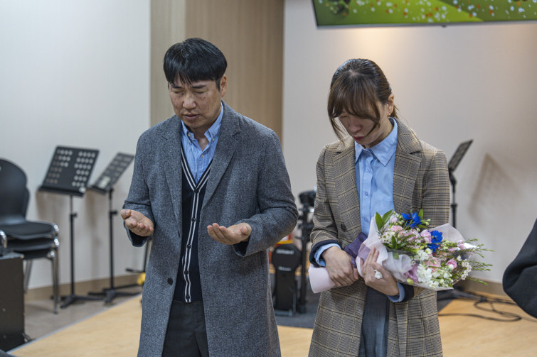 YTo1ODp7czo4OiJGaWxlTmFtZSI7czo0MDoiZGIzZTcwNGItOWVjNS00MWVmLTlkYjQtODJkZDIxYWFmNDhkLmpwZyI7czoxMjoiRmlsZURhdGVUaW1lIjtpOjE3NDM0NzUzMTI7czo4OiJGaWxlU2l6ZSI7aToyMTMxMjUxO3M6ODoiRmlsZVR5cGUiO2k6MjtzOjg6Ik1pbWVUeXBlIjtzOjEwOiJpbWFnZS9qcGVnIjtzOjEzOiJTZWN0aW9uc0ZvdW5kIjtzOjMwOiJBTllfVEFHLCBJRkQwLCBUSFVNQk5BSUwsIEVYSUYiO3M6ODoiQ09NUFVURUQiO2E6OTp7czo0OiJodG1sIjtzOjI2OiJ3aWR0aD0iMTc1MiIgaGVpZ2h0PSIxMTY4IiI7czo2OiJIZWlnaHQiO2k6MTE2ODtzOjU6IldpZHRoIjtpOjE3NTI7czo3OiJJc0NvbG9yIjtpOjE7czoxNzoiQnl0ZU9yZGVyTW90b3JvbGEiO2k6MDtzOjE1OiJBcGVydHVyZUZOdW1iZXIiO3M6NToiZi8yLjgiO3M6OToiQ29weXJpZ2h0IjtzOjQ6IllBQkMiO3M6MTg6IlRodW1ibmFpbC5GaWxlVHlwZSI7aToyO3M6MTg6IlRodW1ibmFpbC5NaW1lVHlwZSI7czoxMDoiaW1hZ2UvanBlZyI7fXM6NDoiTWFrZSI7czo0OiJTT05ZIjtzOjU6Ik1vZGVsIjtzOjg6IklMQ0UtN000IjtzOjExOiJYUmVzb2x1dGlvbiI7czo1OiIyNDAvMSI7czoxMToiWVJlc29sdXRpb24iO3M6NToiMjQwLzEiO3M6MTQ6IlJlc29sdXRpb25Vbml0IjtpOjI7czo4OiJTb2Z0d2FyZSI7czo1MDoiQWRvYmUgUGhvdG9zaG9wIExpZ2h0cm9vbSBDbGFzc2ljIDE0LjIgKE1hY2ludG9zaCkiO3M6ODoiRGF0ZVRpbWUiO3M6MTk6IjIwMjU6MDQ6MDEgMTE6MzY6NDAiO3M6NjoiQXJ0aXN0IjtzOjc6IllBQkNfU0ciO3M6OToiQ29weXJpZ2h0IjtzOjQ6IllBQkMiO3M6MTY6IkV4aWZfSUZEX1BvaW50ZXIiO2k6MjUyO3M6OToiVEhVTUJOQUlMIjthOjY6e3M6MTE6IkNvbXByZXNzaW9uIjtpOjY7czoxMToiWFJlc29sdXRpb24iO3M6NDoiNzIvMSI7czoxMToiWVJlc29sdXRpb24iO3M6NDoiNzIvMSI7czoxNDoiUmVzb2x1dGlvblVuaXQiO2k6MjtzOjIxOiJKUEVHSW50ZXJjaGFuZ2VGb3JtYXQiO2k6MTAzODtzOjI3OiJKUEVHSW50ZXJjaGFuZ2VGb3JtYXRMZW5ndGgiO2k6MTM2NzM7fXM6MTI6IkV4cG9zdXJlVGltZSI7czo1OiIxLzEwMCI7czo3OiJGTnVtYmVyIjtzOjU6IjI4LzEwIjtzOjE1OiJFeHBvc3VyZVByb2dyYW0iO2k6MTtzOjE1OiJJU09TcGVlZFJhdGluZ3MiO2k6NDAwO3M6MTk6IlVuZGVmaW5lZFRhZzoweDg4MzAiO2k6MjtzOjE5OiJVbmRlZmluZWRUYWc6MHg4ODMyIjtpOjQwMDtzOjExOiJFeGlmVmVyc2lvbiI7czo0OiIwMjMyIjtzOjE2OiJEYXRlVGltZU9yaWdpbmFsIjtzOjE5OiIyMDI1OjAzOjIyIDEzOjQwOjA5IjtzOjE3OiJEYXRlVGltZURpZ2l0aXplZCI7czoxOToiMjAyNTowMzoyMiAxMzo0MDowOSI7czoxOToiVW5kZWZpbmVkVGFnOjB4OTAxMCI7czo2OiIrMDk6MDAiO3M6MTk6IlVuZGVmaW5lZFRhZzoweDkwMTEiO3M6NjoiKzA5OjAwIjtzOjE5OiJVbmRlZmluZWRUYWc6MHg5MDEyIjtzOjY6IiswOTowMCI7czoxNzoiU2h1dHRlclNwZWVkVmFsdWUiO3M6MTU6IjY2NDM4NTYvMTAwMDAwMCI7czoxMzoiQXBlcnR1cmVWYWx1ZSI7czoxNToiMjk3MDg1NC8xMDAwMDAwIjtzOjE1OiJCcmlnaHRuZXNzVmFsdWUiO3M6OToiNTg0NC8yNTYwIjtzOjE3OiJFeHBvc3VyZUJpYXNWYWx1ZSI7czo0OiIwLzEwIjtzOjE2OiJNYXhBcGVydHVyZVZhbHVlIjtzOjc6Ijc2MC8yNTYiO3M6MTI6Ik1ldGVyaW5nTW9kZSI7aTo1O3M6MTE6IkxpZ2h0U291cmNlIjtpOjA7czo1OiJGbGFzaCI7aToxMztzOjExOiJGb2NhbExlbmd0aCI7czo2OiI3MDAvMTAiO3M6MTg6IlN1YlNlY1RpbWVPcmlnaW5hbCI7czozOiIzOTAiO3M6MTk6IlN1YlNlY1RpbWVEaWdpdGl6ZWQiO3M6MzoiMzkwIjtzOjEwOiJDb2xvclNwYWNlIjtpOjY1NTM1O3M6MjE6IkZvY2FsUGxhbmVYUmVzb2x1dGlvbiI7czoxNDoiNjQ0NDkzMzkvMzI3NjgiO3M6MjE6IkZvY2FsUGxhbmVZUmVzb2x1dGlvbiI7czoxNDoiNjQ0NDkzMzkvMzI3NjgiO3M6MjQ6IkZvY2FsUGxhbmVSZXNvbHV0aW9uVW5pdCI7aTozO3M6MTA6IkZpbGVTb3VyY2UiO3M6MToiAyI7czo5OiJTY2VuZVR5cGUiO3M6MToiASI7czoxNDoiQ3VzdG9tUmVuZGVyZWQiO2k6MDtzOjEyOiJFeHBvc3VyZU1vZGUiO2k6MTtzOjEyOiJXaGl0ZUJhbGFuY2UiO2k6MDtzOjE2OiJEaWdpdGFsWm9vbVJhdGlvIjtzOjU6IjE2LzE2IjtzOjIxOiJGb2NhbExlbmd0aEluMzVtbUZpbG0iO2k6NzA7czoxNjoiU2NlbmVDYXB0dXJlVHlwZSI7aTowO3M6ODoiQ29udHJhc3QiO2k6MDtzOjEwOiJTYXR1cmF0aW9uIjtpOjA7czo5OiJTaGFycG5lc3MiO2k6MDtzOjE5OiJVbmRlZmluZWRUYWc6MHhBNDMyIjthOjQ6e2k6MDtzOjY6IjI0MC8xMCI7aToxO3M6NjoiNzAwLzEwIjtpOjI7czo1OiIyOC8xMCI7aTozO3M6NToiMjgvMTAiO31zOjE5OiJVbmRlZmluZWRUYWc6MHhBNDM0IjtzOjIxOiJGRSAyNC03MG1tIEYyLjggR00gSUkiO30=