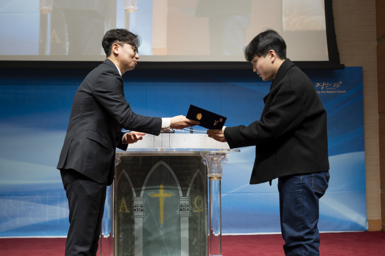 YTo1ODp7czo4OiJGaWxlTmFtZSI7czo0MDoiZGRlODFhZWEtZTI4NS00MjA5LWFhNWUtZGIwNTVlNzAwNmU1LmpwZyI7czoxMjoiRmlsZURhdGVUaW1lIjtpOjE3Njk1NzgyMTY7czo4OiJGaWxlU2l6ZSI7aTo5OTEzODY7czo4OiJGaWxlVHlwZSI7aToyO3M6ODoiTWltZVR5cGUiO3M6MTA6ImltYWdlL2pwZWciO3M6MTM6IlNlY3Rpb25zRm91bmQiO3M6MzA6IkFOWV9UQUcsIElGRDAsIFRIVU1CTkFJTCwgRVhJRiI7czo4OiJDT01QVVRFRCI7YTo5OntzOjQ6Imh0bWwiO3M6MjY6IndpZHRoPSIxNzAxIiBoZWlnaHQ9IjExMzQiIjtzOjY6IkhlaWdodCI7aToxMTM0O3M6NToiV2lkdGgiO2k6MTcwMTtzOjc6IklzQ29sb3IiO2k6MTtzOjE3OiJCeXRlT3JkZXJNb3Rvcm9sYSI7aTowO3M6MTU6IkFwZXJ0dXJlRk51bWJlciI7czo1OiJmLzUuMCI7czo5OiJDb3B5cmlnaHQiO3M6NDoiWUFCQyI7czoxODoiVGh1bWJuYWlsLkZpbGVUeXBlIjtpOjI7czoxODoiVGh1bWJuYWlsLk1pbWVUeXBlIjtzOjEwOiJpbWFnZS9qcGVnIjt9czo0OiJNYWtlIjtzOjQ6IlNPTlkiO3M6NToiTW9kZWwiO3M6ODoiSUxDRS03TTQiO3M6MTE6IlhSZXNvbHV0aW9uIjtzOjU6IjI0MC8xIjtzOjExOiJZUmVzb2x1dGlvbiI7czo1OiIyNDAvMSI7czoxNDoiUmVzb2x1dGlvblVuaXQiO2k6MjtzOjg6IlNvZnR3YXJlIjtzOjUyOiJBZG9iZSBQaG90b3Nob3AgTGlnaHRyb29tIENsYXNzaWMgMTUuMS4xIChNYWNpbnRvc2gpIjtzOjg6IkRhdGVUaW1lIjtzOjE5OiIyMDI2OjAxOjI4IDE0OjI4OjQyIjtzOjY6IkFydGlzdCI7czo3OiJZQUJDX1NHIjtzOjk6IkNvcHlyaWdodCI7czo0OiJZQUJDIjtzOjE2OiJFeGlmX0lGRF9Qb2ludGVyIjtpOjI1NDtzOjk6IlRIVU1CTkFJTCI7YTo2OntzOjExOiJDb21wcmVzc2lvbiI7aTo2O3M6MTE6IlhSZXNvbHV0aW9uIjtzOjQ6IjcyLzEiO3M6MTE6IllSZXNvbHV0aW9uIjtzOjQ6IjcyLzEiO3M6MTQ6IlJlc29sdXRpb25Vbml0IjtpOjI7czoyMToiSlBFR0ludGVyY2hhbmdlRm9ybWF0IjtpOjEwNDA7czoyNzoiSlBFR0ludGVyY2hhbmdlRm9ybWF0TGVuZ3RoIjtpOjEzMDU4O31zOjEyOiJFeHBvc3VyZVRpbWUiO3M6NToiMS8xMDAiO3M6NzoiRk51bWJlciI7czozOiI1LzEiO3M6MTU6IkV4cG9zdXJlUHJvZ3JhbSI7aToxO3M6MTU6IklTT1NwZWVkUmF0aW5ncyI7aTo0MDA7czoxOToiVW5kZWZpbmVkVGFnOjB4ODgzMCI7aToyO3M6MTk6IlVuZGVmaW5lZFRhZzoweDg4MzIiO2k6NDAwO3M6MTE6IkV4aWZWZXJzaW9uIjtzOjQ6IjAyMzIiO3M6MTY6IkRhdGVUaW1lT3JpZ2luYWwiO3M6MTk6IjIwMjY6MDE6MjUgMTY6MTI6MzYiO3M6MTc6IkRhdGVUaW1lRGlnaXRpemVkIjtzOjE5OiIyMDI2OjAxOjI1IDE2OjEyOjM2IjtzOjE5OiJVbmRlZmluZWRUYWc6MHg5MDEwIjtzOjY6IiswOTowMCI7czoxOToiVW5kZWZpbmVkVGFnOjB4OTAxMSI7czo2OiIrMDk6MDAiO3M6MTk6IlVuZGVmaW5lZFRhZzoweDkwMTIiO3M6NjoiKzA5OjAwIjtzOjE3OiJTaHV0dGVyU3BlZWRWYWx1ZSI7czoxNToiNjY0Mzg1Ni8xMDAwMDAwIjtzOjEzOiJBcGVydHVyZVZhbHVlIjtzOjE1OiI0NjQzODU2LzEwMDAwMDAiO3M6MTU6IkJyaWdodG5lc3NWYWx1ZSI7czo5OiI4MTU0LzI1NjAiO3M6MTc6IkV4cG9zdXJlQmlhc1ZhbHVlIjtzOjQ6IjAvMTAiO3M6MTY6Ik1heEFwZXJ0dXJlVmFsdWUiO3M6NzoiNzYwLzI1NiI7czoxMjoiTWV0ZXJpbmdNb2RlIjtpOjU7czoxMToiTGlnaHRTb3VyY2UiO2k6MDtzOjU6IkZsYXNoIjtpOjE2O3M6MTE6IkZvY2FsTGVuZ3RoIjtzOjY6IjUwMC8xMCI7czoxODoiU3ViU2VjVGltZU9yaWdpbmFsIjtzOjM6Ijg2NCI7czoxOToiU3ViU2VjVGltZURpZ2l0aXplZCI7czozOiI4NjQiO3M6MTA6IkNvbG9yU3BhY2UiO2k6NjU1MzU7czoyMToiRm9jYWxQbGFuZVhSZXNvbHV0aW9uIjtzOjE0OiI2NDQ0OTMzOS8zMjc2OCI7czoyMToiRm9jYWxQbGFuZVlSZXNvbHV0aW9uIjtzOjE0OiI2NDQ0OTMzOS8zMjc2OCI7czoyNDoiRm9jYWxQbGFuZVJlc29sdXRpb25Vbml0IjtpOjM7czoxMDoiRmlsZVNvdXJjZSI7czoxOiIDIjtzOjk6IlNjZW5lVHlwZSI7czoxOiIBIjtzOjE0OiJDdXN0b21SZW5kZXJlZCI7aTowO3M6MTI6IkV4cG9zdXJlTW9kZSI7aToxO3M6MTI6IldoaXRlQmFsYW5jZSI7aTowO3M6MTY6IkRpZ2l0YWxab29tUmF0aW8iO3M6NToiMTYvMTYiO3M6MjE6IkZvY2FsTGVuZ3RoSW4zNW1tRmlsbSI7aTo1MDtzOjE2OiJTY2VuZUNhcHR1cmVUeXBlIjtpOjA7czo4OiJDb250cmFzdCI7aToxO3M6MTA6IlNhdHVyYXRpb24iO2k6MTtzOjk6IlNoYXJwbmVzcyI7aTowO3M6MTk6IlVuZGVmaW5lZFRhZzoweEE0MzIiO2E6NDp7aTowO3M6NjoiMjQwLzEwIjtpOjE7czo2OiI3MDAvMTAiO2k6MjtzOjU6IjI4LzEwIjtpOjM7czo1OiIyOC8xMCI7fXM6MTk6IlVuZGVmaW5lZFRhZzoweEE0MzQiO3M6MjE6IkZFIDI0LTcwbW0gRjIuOCBHTSBJSSI7fQ==