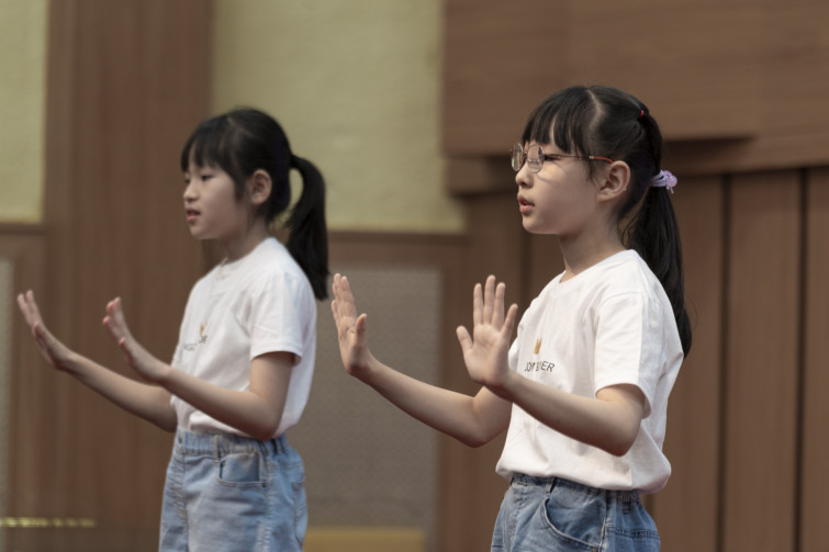 YTo1ODp7czo4OiJGaWxlTmFtZSI7czo0MDoiZGViYzg1MGYtYWI1NS00OTIzLWI5NjAtYzI3MzcyNTU3ODliLmpwZyI7czoxMjoiRmlsZURhdGVUaW1lIjtpOjE3NDYxODYwOTY7czo4OiJGaWxlU2l6ZSI7aTo2OTAzODc7czo4OiJGaWxlVHlwZSI7aToyO3M6ODoiTWltZVR5cGUiO3M6MTA6ImltYWdlL2pwZWciO3M6MTM6IlNlY3Rpb25zRm91bmQiO3M6MzA6IkFOWV9UQUcsIElGRDAsIFRIVU1CTkFJTCwgRVhJRiI7czo4OiJDT01QVVRFRCI7YTo5OntzOjQ6Imh0bWwiO3M6MjY6IndpZHRoPSIxNTQ2IiBoZWlnaHQ9IjEwMzEiIjtzOjY6IkhlaWdodCI7aToxMDMxO3M6NToiV2lkdGgiO2k6MTU0NjtzOjc6IklzQ29sb3IiO2k6MTtzOjE3OiJCeXRlT3JkZXJNb3Rvcm9sYSI7aTowO3M6MTU6IkFwZXJ0dXJlRk51bWJlciI7czo1OiJmLzQuMCI7czo5OiJDb3B5cmlnaHQiO3M6NDoiWUFCQyI7czoxODoiVGh1bWJuYWlsLkZpbGVUeXBlIjtpOjI7czoxODoiVGh1bWJuYWlsLk1pbWVUeXBlIjtzOjEwOiJpbWFnZS9qcGVnIjt9czo0OiJNYWtlIjtzOjQ6IlNPTlkiO3M6NToiTW9kZWwiO3M6ODoiSUxDRS03TTQiO3M6MTE6IlhSZXNvbHV0aW9uIjtzOjU6IjI0MC8xIjtzOjExOiJZUmVzb2x1dGlvbiI7czo1OiIyNDAvMSI7czoxNDoiUmVzb2x1dGlvblVuaXQiO2k6MjtzOjg6IlNvZnR3YXJlIjtzOjUwOiJBZG9iZSBQaG90b3Nob3AgTGlnaHRyb29tIENsYXNzaWMgMTQuMyAoTWFjaW50b3NoKSI7czo4OiJEYXRlVGltZSI7czoxOToiMjAyNTowNTowMiAyMDo0MDo0NCI7czo2OiJBcnRpc3QiO3M6NzoiWUFCQ19TRyI7czo5OiJDb3B5cmlnaHQiO3M6NDoiWUFCQyI7czoxNjoiRXhpZl9JRkRfUG9pbnRlciI7aToyNTI7czo5OiJUSFVNQk5BSUwiO2E6Njp7czoxMToiQ29tcHJlc3Npb24iO2k6NjtzOjExOiJYUmVzb2x1dGlvbiI7czo0OiI3Mi8xIjtzOjExOiJZUmVzb2x1dGlvbiI7czo0OiI3Mi8xIjtzOjE0OiJSZXNvbHV0aW9uVW5pdCI7aToyO3M6MjE6IkpQRUdJbnRlcmNoYW5nZUZvcm1hdCI7aToxMDM4O3M6Mjc6IkpQRUdJbnRlcmNoYW5nZUZvcm1hdExlbmd0aCI7aToxMDI4MDt9czoxMjoiRXhwb3N1cmVUaW1lIjtzOjQ6IjEvNjAiO3M6NzoiRk51bWJlciI7czozOiI0LzEiO3M6MTU6IkV4cG9zdXJlUHJvZ3JhbSI7aToxO3M6MTU6IklTT1NwZWVkUmF0aW5ncyI7aTo0MDA7czoxOToiVW5kZWZpbmVkVGFnOjB4ODgzMCI7aToyO3M6MTk6IlVuZGVmaW5lZFRhZzoweDg4MzIiO2k6NDAwO3M6MTE6IkV4aWZWZXJzaW9uIjtzOjQ6IjAyMzIiO3M6MTY6IkRhdGVUaW1lT3JpZ2luYWwiO3M6MTk6IjIwMjU6MDQ6MjcgMTE6Mjg6MzciO3M6MTc6IkRhdGVUaW1lRGlnaXRpemVkIjtzOjE5OiIyMDI1OjA0OjI3IDExOjI4OjM3IjtzOjE5OiJVbmRlZmluZWRUYWc6MHg5MDEwIjtzOjY6IiswOTowMCI7czoxOToiVW5kZWZpbmVkVGFnOjB4OTAxMSI7czo2OiIrMDk6MDAiO3M6MTk6IlVuZGVmaW5lZFRhZzoweDkwMTIiO3M6NjoiKzA5OjAwIjtzOjE3OiJTaHV0dGVyU3BlZWRWYWx1ZSI7czoxNToiNTkwNjg5MS8xMDAwMDAwIjtzOjEzOiJBcGVydHVyZVZhbHVlIjtzOjM6IjQvMSI7czoxNToiQnJpZ2h0bmVzc1ZhbHVlIjtzOjk6IjU4MDQvMjU2MCI7czoxNzoiRXhwb3N1cmVCaWFzVmFsdWUiO3M6NDoiMC8xMCI7czoxNjoiTWF4QXBlcnR1cmVWYWx1ZSI7czo4OiIxMDI0LzI1NiI7czoxMjoiTWV0ZXJpbmdNb2RlIjtpOjU7czoxMToiTGlnaHRTb3VyY2UiO2k6MDtzOjU6IkZsYXNoIjtpOjE2O3M6MTE6IkZvY2FsTGVuZ3RoIjtzOjc6IjE1OTAvMTAiO3M6MTg6IlN1YlNlY1RpbWVPcmlnaW5hbCI7czozOiIxOTEiO3M6MTk6IlN1YlNlY1RpbWVEaWdpdGl6ZWQiO3M6MzoiMTkxIjtzOjEwOiJDb2xvclNwYWNlIjtpOjY1NTM1O3M6MjE6IkZvY2FsUGxhbmVYUmVzb2x1dGlvbiI7czoxNDoiNjQ0NDkzMzkvMzI3NjgiO3M6MjE6IkZvY2FsUGxhbmVZUmVzb2x1dGlvbiI7czoxNDoiNjQ0NDkzMzkvMzI3NjgiO3M6MjQ6IkZvY2FsUGxhbmVSZXNvbHV0aW9uVW5pdCI7aTozO3M6MTA6IkZpbGVTb3VyY2UiO3M6MToiAyI7czo5OiJTY2VuZVR5cGUiO3M6MToiASI7czoxNDoiQ3VzdG9tUmVuZGVyZWQiO2k6MDtzOjEyOiJFeHBvc3VyZU1vZGUiO2k6MTtzOjEyOiJXaGl0ZUJhbGFuY2UiO2k6MDtzOjE2OiJEaWdpdGFsWm9vbVJhdGlvIjtzOjU6IjE2LzE2IjtzOjIxOiJGb2NhbExlbmd0aEluMzVtbUZpbG0iO2k6MTU5O3M6MTY6IlNjZW5lQ2FwdHVyZVR5cGUiO2k6MDtzOjg6IkNvbnRyYXN0IjtpOjA7czoxMDoiU2F0dXJhdGlvbiI7aTowO3M6OToiU2hhcnBuZXNzIjtpOjA7czoxOToiVW5kZWZpbmVkVGFnOjB4QTQzMiI7YTo0OntpOjA7czo2OiI3MDAvMTAiO2k6MTtzOjc6IjIwMDAvMTAiO2k6MjtzOjU6IjQwLzEwIjtpOjM7czo1OiI0MC8xMCI7fXM6MTk6IlVuZGVmaW5lZFRhZzoweEE0MzQiO3M6MjA6IkZFIDcwLTIwMG1tIEY0IEcgT1NTIjt9