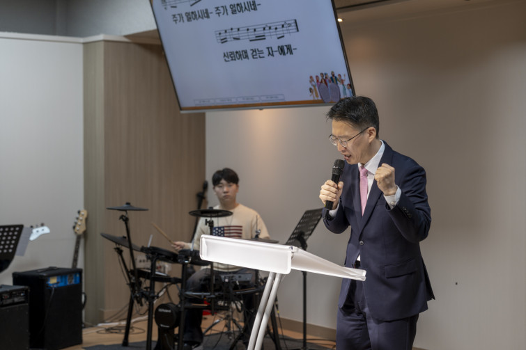 YTo1ODp7czo4OiJGaWxlTmFtZSI7czo0MDoiZGVkOWI2YjMtYzQ2MS00YWE3LWIxNjAtNDI3NjcyMjc4ZmMxLmpwZyI7czoxMjoiRmlsZURhdGVUaW1lIjtpOjE3NzI5NTM1NDQ7czo4OiJGaWxlU2l6ZSI7aTo3OTMxNDE7czo4OiJGaWxlVHlwZSI7aToyO3M6ODoiTWltZVR5cGUiO3M6MTA6ImltYWdlL2pwZWciO3M6MTM6IlNlY3Rpb25zRm91bmQiO3M6MzA6IkFOWV9UQUcsIElGRDAsIFRIVU1CTkFJTCwgRVhJRiI7czo4OiJDT01QVVRFRCI7YTo5OntzOjQ6Imh0bWwiO3M6MjY6IndpZHRoPSIxNzI2IiBoZWlnaHQ9IjExNTEiIjtzOjY6IkhlaWdodCI7aToxMTUxO3M6NToiV2lkdGgiO2k6MTcyNjtzOjc6IklzQ29sb3IiO2k6MTtzOjE3OiJCeXRlT3JkZXJNb3Rvcm9sYSI7aTowO3M6MTU6IkFwZXJ0dXJlRk51bWJlciI7czo1OiJmLzIuOCI7czo5OiJDb3B5cmlnaHQiO3M6NDoiWUFCQyI7czoxODoiVGh1bWJuYWlsLkZpbGVUeXBlIjtpOjI7czoxODoiVGh1bWJuYWlsLk1pbWVUeXBlIjtzOjEwOiJpbWFnZS9qcGVnIjt9czo0OiJNYWtlIjtzOjQ6IlNPTlkiO3M6NToiTW9kZWwiO3M6ODoiSUxDRS03TTQiO3M6MTE6IlhSZXNvbHV0aW9uIjtzOjU6IjI0MC8xIjtzOjExOiJZUmVzb2x1dGlvbiI7czo1OiIyNDAvMSI7czoxNDoiUmVzb2x1dGlvblVuaXQiO2k6MjtzOjg6IlNvZnR3YXJlIjtzOjUwOiJBZG9iZSBQaG90b3Nob3AgTGlnaHRyb29tIENsYXNzaWMgMTUuMiAoTWFjaW50b3NoKSI7czo4OiJEYXRlVGltZSI7czoxOToiMjAyNjowMzowMyAxMToyMjoxNSI7czo2OiJBcnRpc3QiO3M6NzoiWUFCQ19TRyI7czo5OiJDb3B5cmlnaHQiO3M6NDoiWUFCQyI7czoxNjoiRXhpZl9JRkRfUG9pbnRlciI7aToyNTI7czo5OiJUSFVNQk5BSUwiO2E6Njp7czoxMToiQ29tcHJlc3Npb24iO2k6NjtzOjExOiJYUmVzb2x1dGlvbiI7czo0OiI3Mi8xIjtzOjExOiJZUmVzb2x1dGlvbiI7czo0OiI3Mi8xIjtzOjE0OiJSZXNvbHV0aW9uVW5pdCI7aToyO3M6MjE6IkpQRUdJbnRlcmNoYW5nZUZvcm1hdCI7aToxMDM4O3M6Mjc6IkpQRUdJbnRlcmNoYW5nZUZvcm1hdExlbmd0aCI7aToxMDYzMDt9czoxMjoiRXhwb3N1cmVUaW1lIjtzOjQ6IjEvNjAiO3M6NzoiRk51bWJlciI7czo1OiIyOC8xMCI7czoxNToiRXhwb3N1cmVQcm9ncmFtIjtpOjE7czoxNToiSVNPU3BlZWRSYXRpbmdzIjtpOjI1MDtzOjE5OiJVbmRlZmluZWRUYWc6MHg4ODMwIjtpOjI7czoxOToiVW5kZWZpbmVkVGFnOjB4ODgzMiI7aToyNTA7czoxMToiRXhpZlZlcnNpb24iO3M6NDoiMDIzMiI7czoxNjoiRGF0ZVRpbWVPcmlnaW5hbCI7czoxOToiMjAyNjowMzowMSAxNDoxNzo0MCI7czoxNzoiRGF0ZVRpbWVEaWdpdGl6ZWQiO3M6MTk6IjIwMjY6MDM6MDEgMTQ6MTc6NDAiO3M6MTk6IlVuZGVmaW5lZFRhZzoweDkwMTAiO3M6NjoiKzA5OjAwIjtzOjE5OiJVbmRlZmluZWRUYWc6MHg5MDExIjtzOjY6IiswOTowMCI7czoxOToiVW5kZWZpbmVkVGFnOjB4OTAxMiI7czo2OiIrMDk6MDAiO3M6MTc6IlNodXR0ZXJTcGVlZFZhbHVlIjtzOjE1OiI1OTA2ODkxLzEwMDAwMDAiO3M6MTM6IkFwZXJ0dXJlVmFsdWUiO3M6MTU6IjI5NzA4NTQvMTAwMDAwMCI7czoxNToiQnJpZ2h0bmVzc1ZhbHVlIjtzOjk6IjY2MzQvMjU2MCI7czoxNzoiRXhwb3N1cmVCaWFzVmFsdWUiO3M6NDoiMC8xMCI7czoxNjoiTWF4QXBlcnR1cmVWYWx1ZSI7czo3OiI3NjAvMjU2IjtzOjEyOiJNZXRlcmluZ01vZGUiO2k6NTtzOjExOiJMaWdodFNvdXJjZSI7aTowO3M6NToiRmxhc2giO2k6MTY7czoxMToiRm9jYWxMZW5ndGgiO3M6NjoiNzAwLzEwIjtzOjE4OiJTdWJTZWNUaW1lT3JpZ2luYWwiO3M6MzoiOTAzIjtzOjE5OiJTdWJTZWNUaW1lRGlnaXRpemVkIjtzOjM6IjkwMyI7czoxMDoiQ29sb3JTcGFjZSI7aTo2NTUzNTtzOjIxOiJGb2NhbFBsYW5lWFJlc29sdXRpb24iO3M6MTQ6IjY0NDQ5MzM5LzMyNzY4IjtzOjIxOiJGb2NhbFBsYW5lWVJlc29sdXRpb24iO3M6MTQ6IjY0NDQ5MzM5LzMyNzY4IjtzOjI0OiJGb2NhbFBsYW5lUmVzb2x1dGlvblVuaXQiO2k6MztzOjEwOiJGaWxlU291cmNlIjtzOjE6IgMiO3M6OToiU2NlbmVUeXBlIjtzOjE6IgEiO3M6MTQ6IkN1c3RvbVJlbmRlcmVkIjtpOjA7czoxMjoiRXhwb3N1cmVNb2RlIjtpOjE7czoxMjoiV2hpdGVCYWxhbmNlIjtpOjA7czoxNjoiRGlnaXRhbFpvb21SYXRpbyI7czo1OiIxNi8xNiI7czoyMToiRm9jYWxMZW5ndGhJbjM1bW1GaWxtIjtpOjcwO3M6MTY6IlNjZW5lQ2FwdHVyZVR5cGUiO2k6MDtzOjg6IkNvbnRyYXN0IjtpOjA7czoxMDoiU2F0dXJhdGlvbiI7aTowO3M6OToiU2hhcnBuZXNzIjtpOjA7czoxOToiVW5kZWZpbmVkVGFnOjB4QTQzMiI7YTo0OntpOjA7czo2OiIyNDAvMTAiO2k6MTtzOjY6IjcwMC8xMCI7aToyO3M6NToiMjgvMTAiO2k6MztzOjU6IjI4LzEwIjt9czoxOToiVW5kZWZpbmVkVGFnOjB4QTQzNCI7czoyMToiRkUgMjQtNzBtbSBGMi44IEdNIElJIjt9