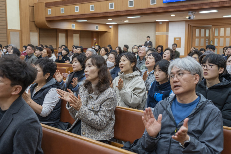 YTo1ODp7czo4OiJGaWxlTmFtZSI7czo0MDoiZTc5ZDQwNDItNzgxMi00YTY5LWIyYTctMGVmZThhZmIxMGM1LmpwZyI7czoxMjoiRmlsZURhdGVUaW1lIjtpOjE3NzUzNTc2Nzc7czo4OiJGaWxlU2l6ZSI7aToyNjA5MzU0O3M6ODoiRmlsZVR5cGUiO2k6MjtzOjg6Ik1pbWVUeXBlIjtzOjEwOiJpbWFnZS9qcGVnIjtzOjEzOiJTZWN0aW9uc0ZvdW5kIjtzOjMwOiJBTllfVEFHLCBJRkQwLCBUSFVNQk5BSUwsIEVYSUYiO3M6ODoiQ09NUFVURUQiO2E6OTp7czo0OiJodG1sIjtzOjI2OiJ3aWR0aD0iMjQ1MyIgaGVpZ2h0PSIxNjM1IiI7czo2OiJIZWlnaHQiO2k6MTYzNTtzOjU6IldpZHRoIjtpOjI0NTM7czo3OiJJc0NvbG9yIjtpOjE7czoxNzoiQnl0ZU9yZGVyTW90b3JvbGEiO2k6MDtzOjE1OiJBcGVydHVyZUZOdW1iZXIiO3M6NToiZi80LjAiO3M6OToiQ29weXJpZ2h0IjtzOjQ6IllBQkMiO3M6MTg6IlRodW1ibmFpbC5GaWxlVHlwZSI7aToyO3M6MTg6IlRodW1ibmFpbC5NaW1lVHlwZSI7czoxMDoiaW1hZ2UvanBlZyI7fXM6NDoiTWFrZSI7czo0OiJTT05ZIjtzOjU6Ik1vZGVsIjtzOjg6IklMQ0UtN000IjtzOjExOiJYUmVzb2x1dGlvbiI7czo1OiIyNDAvMSI7czoxMToiWVJlc29sdXRpb24iO3M6NToiMjQwLzEiO3M6MTQ6IlJlc29sdXRpb25Vbml0IjtpOjI7czo4OiJTb2Z0d2FyZSI7czo1MDoiQWRvYmUgUGhvdG9zaG9wIExpZ2h0cm9vbSBDbGFzc2ljIDE1LjIgKE1hY2ludG9zaCkiO3M6ODoiRGF0ZVRpbWUiO3M6MTk6IjIwMjY6MDQ6MDUgMTE6MjE6NTUiO3M6NjoiQXJ0aXN0IjtzOjc6IllBQkNfU0ciO3M6OToiQ29weXJpZ2h0IjtzOjQ6IllBQkMiO3M6MTY6IkV4aWZfSUZEX1BvaW50ZXIiO2k6MjUyO3M6OToiVEhVTUJOQUlMIjthOjY6e3M6MTE6IkNvbXByZXNzaW9uIjtpOjY7czoxMToiWFJlc29sdXRpb24iO3M6NDoiNzIvMSI7czoxMToiWVJlc29sdXRpb24iO3M6NDoiNzIvMSI7czoxNDoiUmVzb2x1dGlvblVuaXQiO2k6MjtzOjIxOiJKUEVHSW50ZXJjaGFuZ2VGb3JtYXQiO2k6MTAzODtzOjI3OiJKUEVHSW50ZXJjaGFuZ2VGb3JtYXRMZW5ndGgiO2k6MTkwNTk7fXM6MTI6IkV4cG9zdXJlVGltZSI7czo1OiIxLzEwMCI7czo3OiJGTnVtYmVyIjtzOjM6IjQvMSI7czoxNToiRXhwb3N1cmVQcm9ncmFtIjtpOjE7czoxNToiSVNPU3BlZWRSYXRpbmdzIjtpOjgwMDtzOjE5OiJVbmRlZmluZWRUYWc6MHg4ODMwIjtpOjI7czoxOToiVW5kZWZpbmVkVGFnOjB4ODgzMiI7aTo4MDA7czoxMToiRXhpZlZlcnNpb24iO3M6NDoiMDIzMiI7czoxNjoiRGF0ZVRpbWVPcmlnaW5hbCI7czoxOToiMjAyNjowNDowMSAxOTo0NjoyOCI7czoxNzoiRGF0ZVRpbWVEaWdpdGl6ZWQiO3M6MTk6IjIwMjY6MDQ6MDEgMTk6NDY6MjgiO3M6MTk6IlVuZGVmaW5lZFRhZzoweDkwMTAiO3M6NjoiKzA5OjAwIjtzOjE5OiJVbmRlZmluZWRUYWc6MHg5MDExIjtzOjY6IiswOTowMCI7czoxOToiVW5kZWZpbmVkVGFnOjB4OTAxMiI7czo2OiIrMDk6MDAiO3M6MTc6IlNodXR0ZXJTcGVlZFZhbHVlIjtzOjE1OiI2NjQzODU2LzEwMDAwMDAiO3M6MTM6IkFwZXJ0dXJlVmFsdWUiO3M6MzoiNC8xIjtzOjE1OiJCcmlnaHRuZXNzVmFsdWUiO3M6OToiNDc1NC8yNTYwIjtzOjE3OiJFeHBvc3VyZUJpYXNWYWx1ZSI7czo0OiIwLzEwIjtzOjE2OiJNYXhBcGVydHVyZVZhbHVlIjtzOjg6IjEwMjQvMjU2IjtzOjEyOiJNZXRlcmluZ01vZGUiO2k6NTtzOjExOiJMaWdodFNvdXJjZSI7aTowO3M6NToiRmxhc2giO2k6MTY7czoxMToiRm9jYWxMZW5ndGgiO3M6NjoiNDIwLzEwIjtzOjE4OiJTdWJTZWNUaW1lT3JpZ2luYWwiO3M6MzoiNjk3IjtzOjE5OiJTdWJTZWNUaW1lRGlnaXRpemVkIjtzOjM6IjY5NyI7czoxMDoiQ29sb3JTcGFjZSI7aTo2NTUzNTtzOjIxOiJGb2NhbFBsYW5lWFJlc29sdXRpb24iO3M6MTQ6IjY0NDQ5MzM5LzMyNzY4IjtzOjIxOiJGb2NhbFBsYW5lWVJlc29sdXRpb24iO3M6MTQ6IjY0NDQ5MzM5LzMyNzY4IjtzOjI0OiJGb2NhbFBsYW5lUmVzb2x1dGlvblVuaXQiO2k6MztzOjEwOiJGaWxlU291cmNlIjtzOjE6IgMiO3M6OToiU2NlbmVUeXBlIjtzOjE6IgEiO3M6MTQ6IkN1c3RvbVJlbmRlcmVkIjtpOjA7czoxMjoiRXhwb3N1cmVNb2RlIjtpOjE7czoxMjoiV2hpdGVCYWxhbmNlIjtpOjA7czoxNjoiRGlnaXRhbFpvb21SYXRpbyI7czo1OiIxNi8xNiI7czoyMToiRm9jYWxMZW5ndGhJbjM1bW1GaWxtIjtpOjQyO3M6MTY6IlNjZW5lQ2FwdHVyZVR5cGUiO2k6MDtzOjg6IkNvbnRyYXN0IjtpOjA7czoxMDoiU2F0dXJhdGlvbiI7aTowO3M6OToiU2hhcnBuZXNzIjtpOjA7czoxOToiVW5kZWZpbmVkVGFnOjB4QTQzMiI7YTo0OntpOjA7czo2OiIyNDAvMTAiO2k6MTtzOjc6IjEwNTAvMTAiO2k6MjtzOjU6IjQwLzEwIjtpOjM7czo1OiI0MC8xMCI7fXM6MTk6IlVuZGVmaW5lZFRhZzoweEE0MzQiO3M6MjA6IkZFIDI0LTEwNW1tIEY0IEcgT1NTIjt9