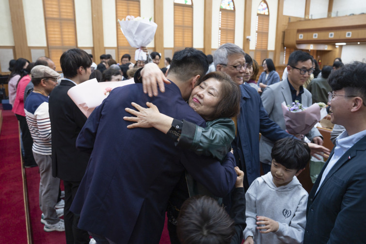 YTo1ODp7czo4OiJGaWxlTmFtZSI7czo0MDoiZWExZDA0NjItZTcwNC00NjNiLWI3Y2MtNjA3ODE4NjhhMTkyLmpwZyI7czoxMjoiRmlsZURhdGVUaW1lIjtpOjE3NDUxMDc0ODE7czo4OiJGaWxlU2l6ZSI7aToxMzE2OTU2O3M6ODoiRmlsZVR5cGUiO2k6MjtzOjg6Ik1pbWVUeXBlIjtzOjEwOiJpbWFnZS9qcGVnIjtzOjEzOiJTZWN0aW9uc0ZvdW5kIjtzOjMwOiJBTllfVEFHLCBJRkQwLCBUSFVNQk5BSUwsIEVYSUYiO3M6ODoiQ09NUFVURUQiO2E6OTp7czo0OiJodG1sIjtzOjI2OiJ3aWR0aD0iMTc1MiIgaGVpZ2h0PSIxMTY4IiI7czo2OiJIZWlnaHQiO2k6MTE2ODtzOjU6IldpZHRoIjtpOjE3NTI7czo3OiJJc0NvbG9yIjtpOjE7czoxNzoiQnl0ZU9yZGVyTW90b3JvbGEiO2k6MDtzOjE1OiJBcGVydHVyZUZOdW1iZXIiO3M6NToiZi8zLjUiO3M6OToiQ29weXJpZ2h0IjtzOjQ6IllBQkMiO3M6MTg6IlRodW1ibmFpbC5GaWxlVHlwZSI7aToyO3M6MTg6IlRodW1ibmFpbC5NaW1lVHlwZSI7czoxMDoiaW1hZ2UvanBlZyI7fXM6NDoiTWFrZSI7czo0OiJTT05ZIjtzOjU6Ik1vZGVsIjtzOjg6IklMQ0UtN000IjtzOjExOiJYUmVzb2x1dGlvbiI7czo1OiIyNDAvMSI7czoxMToiWVJlc29sdXRpb24iO3M6NToiMjQwLzEiO3M6MTQ6IlJlc29sdXRpb25Vbml0IjtpOjI7czo4OiJTb2Z0d2FyZSI7czo1MDoiQWRvYmUgUGhvdG9zaG9wIExpZ2h0cm9vbSBDbGFzc2ljIDE0LjIgKE1hY2ludG9zaCkiO3M6ODoiRGF0ZVRpbWUiO3M6MTk6IjIwMjU6MDQ6MTkgMjE6NTc6NDgiO3M6NjoiQXJ0aXN0IjtzOjc6IllBQkNfU0ciO3M6OToiQ29weXJpZ2h0IjtzOjQ6IllBQkMiO3M6MTY6IkV4aWZfSUZEX1BvaW50ZXIiO2k6MjUyO3M6OToiVEhVTUJOQUlMIjthOjY6e3M6MTE6IkNvbXByZXNzaW9uIjtpOjY7czoxMToiWFJlc29sdXRpb24iO3M6NDoiNzIvMSI7czoxMToiWVJlc29sdXRpb24iO3M6NDoiNzIvMSI7czoxNDoiUmVzb2x1dGlvblVuaXQiO2k6MjtzOjIxOiJKUEVHSW50ZXJjaGFuZ2VGb3JtYXQiO2k6MTAzODtzOjI3OiJKUEVHSW50ZXJjaGFuZ2VGb3JtYXRMZW5ndGgiO2k6MTczMjU7fXM6MTI6IkV4cG9zdXJlVGltZSI7czo0OiIxLzYwIjtzOjc6IkZOdW1iZXIiO3M6NToiMzUvMTAiO3M6MTU6IkV4cG9zdXJlUHJvZ3JhbSI7aToxO3M6MTU6IklTT1NwZWVkUmF0aW5ncyI7aToyNTA7czoxOToiVW5kZWZpbmVkVGFnOjB4ODgzMCI7aToyO3M6MTk6IlVuZGVmaW5lZFRhZzoweDg4MzIiO2k6MjUwO3M6MTE6IkV4aWZWZXJzaW9uIjtzOjQ6IjAyMzIiO3M6MTY6IkRhdGVUaW1lT3JpZ2luYWwiO3M6MTk6IjIwMjU6MDQ6MTkgMTU6MTc6MzMiO3M6MTc6IkRhdGVUaW1lRGlnaXRpemVkIjtzOjE5OiIyMDI1OjA0OjE5IDE1OjE3OjMzIjtzOjE5OiJVbmRlZmluZWRUYWc6MHg5MDEwIjtzOjY6IiswOTowMCI7czoxOToiVW5kZWZpbmVkVGFnOjB4OTAxMSI7czo2OiIrMDk6MDAiO3M6MTk6IlVuZGVmaW5lZFRhZzoweDkwMTIiO3M6NjoiKzA5OjAwIjtzOjE3OiJTaHV0dGVyU3BlZWRWYWx1ZSI7czoxNToiNTkwNjg5MS8xMDAwMDAwIjtzOjEzOiJBcGVydHVyZVZhbHVlIjtzOjEzOiIzNjE0NzEvMTAwMDAwIjtzOjE1OiJCcmlnaHRuZXNzVmFsdWUiO3M6OToiMjIxNC8yNTYwIjtzOjE3OiJFeHBvc3VyZUJpYXNWYWx1ZSI7czo0OiIwLzEwIjtzOjE2OiJNYXhBcGVydHVyZVZhbHVlIjtzOjc6Ijc2MC8yNTYiO3M6MTI6Ik1ldGVyaW5nTW9kZSI7aTo1O3M6MTE6IkxpZ2h0U291cmNlIjtpOjA7czo1OiJGbGFzaCI7aToxMztzOjExOiJGb2NhbExlbmd0aCI7czo2OiIyNDAvMTAiO3M6MTg6IlN1YlNlY1RpbWVPcmlnaW5hbCI7czozOiI0MjEiO3M6MTk6IlN1YlNlY1RpbWVEaWdpdGl6ZWQiO3M6MzoiNDIxIjtzOjEwOiJDb2xvclNwYWNlIjtpOjY1NTM1O3M6MjE6IkZvY2FsUGxhbmVYUmVzb2x1dGlvbiI7czoxNDoiNjQ0NDkzMzkvMzI3NjgiO3M6MjE6IkZvY2FsUGxhbmVZUmVzb2x1dGlvbiI7czoxNDoiNjQ0NDkzMzkvMzI3NjgiO3M6MjQ6IkZvY2FsUGxhbmVSZXNvbHV0aW9uVW5pdCI7aTozO3M6MTA6IkZpbGVTb3VyY2UiO3M6MToiAyI7czo5OiJTY2VuZVR5cGUiO3M6MToiASI7czoxNDoiQ3VzdG9tUmVuZGVyZWQiO2k6MDtzOjEyOiJFeHBvc3VyZU1vZGUiO2k6MTtzOjEyOiJXaGl0ZUJhbGFuY2UiO2k6MDtzOjE2OiJEaWdpdGFsWm9vbVJhdGlvIjtzOjU6IjE2LzE2IjtzOjIxOiJGb2NhbExlbmd0aEluMzVtbUZpbG0iO2k6MjQ7czoxNjoiU2NlbmVDYXB0dXJlVHlwZSI7aTowO3M6ODoiQ29udHJhc3QiO2k6MDtzOjEwOiJTYXR1cmF0aW9uIjtpOjA7czo5OiJTaGFycG5lc3MiO2k6MDtzOjE5OiJVbmRlZmluZWRUYWc6MHhBNDMyIjthOjQ6e2k6MDtzOjY6IjI0MC8xMCI7aToxO3M6NjoiNzAwLzEwIjtpOjI7czo1OiIyOC8xMCI7aTozO3M6NToiMjgvMTAiO31zOjE5OiJVbmRlZmluZWRUYWc6MHhBNDM0IjtzOjIxOiJGRSAyNC03MG1tIEYyLjggR00gSUkiO30=