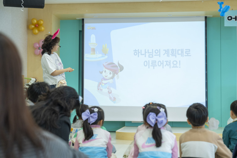 YTo1ODp7czo4OiJGaWxlTmFtZSI7czo0MDoiZWMyYjE0OGQtMTc3YS00NzliLTgyZWQtMDk0MTQxYzllZThhLmpwZyI7czoxMjoiRmlsZURhdGVUaW1lIjtpOjE3NDY1ODM1NjQ7czo4OiJGaWxlU2l6ZSI7aTo5Njk0NTc7czo4OiJGaWxlVHlwZSI7aToyO3M6ODoiTWltZVR5cGUiO3M6MTA6ImltYWdlL2pwZWciO3M6MTM6IlNlY3Rpb25zRm91bmQiO3M6MzA6IkFOWV9UQUcsIElGRDAsIFRIVU1CTkFJTCwgRVhJRiI7czo4OiJDT01QVVRFRCI7YTo5OntzOjQ6Imh0bWwiO3M6MjY6IndpZHRoPSIxNzUyIiBoZWlnaHQ9IjExNjgiIjtzOjY6IkhlaWdodCI7aToxMTY4O3M6NToiV2lkdGgiO2k6MTc1MjtzOjc6IklzQ29sb3IiO2k6MTtzOjE3OiJCeXRlT3JkZXJNb3Rvcm9sYSI7aTowO3M6MTU6IkFwZXJ0dXJlRk51bWJlciI7czo1OiJmLzQuNSI7czo5OiJDb3B5cmlnaHQiO3M6NDoiWUFCQyI7czoxODoiVGh1bWJuYWlsLkZpbGVUeXBlIjtpOjI7czoxODoiVGh1bWJuYWlsLk1pbWVUeXBlIjtzOjEwOiJpbWFnZS9qcGVnIjt9czo0OiJNYWtlIjtzOjQ6IlNPTlkiO3M6NToiTW9kZWwiO3M6ODoiSUxDRS03TTQiO3M6MTE6IlhSZXNvbHV0aW9uIjtzOjU6IjI0MC8xIjtzOjExOiJZUmVzb2x1dGlvbiI7czo1OiIyNDAvMSI7czoxNDoiUmVzb2x1dGlvblVuaXQiO2k6MjtzOjg6IlNvZnR3YXJlIjtzOjUwOiJBZG9iZSBQaG90b3Nob3AgTGlnaHRyb29tIENsYXNzaWMgMTQuMyAoTWFjaW50b3NoKSI7czo4OiJEYXRlVGltZSI7czoxOToiMjAyNTowNTowNCAxNTozNjo0MSI7czo2OiJBcnRpc3QiO3M6NzoiWUFCQ19TRyI7czo5OiJDb3B5cmlnaHQiO3M6NDoiWUFCQyI7czoxNjoiRXhpZl9JRkRfUG9pbnRlciI7aToyNTI7czo5OiJUSFVNQk5BSUwiO2E6Njp7czoxMToiQ29tcHJlc3Npb24iO2k6NjtzOjExOiJYUmVzb2x1dGlvbiI7czo0OiI3Mi8xIjtzOjExOiJZUmVzb2x1dGlvbiI7czo0OiI3Mi8xIjtzOjE0OiJSZXNvbHV0aW9uVW5pdCI7aToyO3M6MjE6IkpQRUdJbnRlcmNoYW5nZUZvcm1hdCI7aToxMDM4O3M6Mjc6IkpQRUdJbnRlcmNoYW5nZUZvcm1hdExlbmd0aCI7aToxMjk3Mjt9czoxMjoiRXhwb3N1cmVUaW1lIjtzOjU6IjEvMTI1IjtzOjc6IkZOdW1iZXIiO3M6NToiNDUvMTAiO3M6MTU6IkV4cG9zdXJlUHJvZ3JhbSI7aToxO3M6MTU6IklTT1NwZWVkUmF0aW5ncyI7aTo4MDA7czoxOToiVW5kZWZpbmVkVGFnOjB4ODgzMCI7aToyO3M6MTk6IlVuZGVmaW5lZFRhZzoweDg4MzIiO2k6ODAwO3M6MTE6IkV4aWZWZXJzaW9uIjtzOjQ6IjAyMzIiO3M6MTY6IkRhdGVUaW1lT3JpZ2luYWwiO3M6MTk6IjIwMjU6MDU6MDQgMTE6Mzk6MjkiO3M6MTc6IkRhdGVUaW1lRGlnaXRpemVkIjtzOjE5OiIyMDI1OjA1OjA0IDExOjM5OjI5IjtzOjE5OiJVbmRlZmluZWRUYWc6MHg5MDEwIjtzOjY6IiswOTowMCI7czoxOToiVW5kZWZpbmVkVGFnOjB4OTAxMSI7czo2OiIrMDk6MDAiO3M6MTk6IlVuZGVmaW5lZFRhZzoweDkwMTIiO3M6NjoiKzA5OjAwIjtzOjE3OiJTaHV0dGVyU3BlZWRWYWx1ZSI7czoxNToiNjk2NTc4NC8xMDAwMDAwIjtzOjEzOiJBcGVydHVyZVZhbHVlIjtzOjEzOiI0MzM5ODUvMTAwMDAwIjtzOjE1OiJCcmlnaHRuZXNzVmFsdWUiO3M6OToiOTY4NC8yNTYwIjtzOjE3OiJFeHBvc3VyZUJpYXNWYWx1ZSI7czo0OiIwLzEwIjtzOjE2OiJNYXhBcGVydHVyZVZhbHVlIjtzOjc6Ijc2MC8yNTYiO3M6MTI6Ik1ldGVyaW5nTW9kZSI7aTo1O3M6MTE6IkxpZ2h0U291cmNlIjtpOjA7czo1OiJGbGFzaCI7aToxNjtzOjExOiJGb2NhbExlbmd0aCI7czo2OiI3MDAvMTAiO3M6MTg6IlN1YlNlY1RpbWVPcmlnaW5hbCI7czozOiIyMzMiO3M6MTk6IlN1YlNlY1RpbWVEaWdpdGl6ZWQiO3M6MzoiMjMzIjtzOjEwOiJDb2xvclNwYWNlIjtpOjY1NTM1O3M6MjE6IkZvY2FsUGxhbmVYUmVzb2x1dGlvbiI7czoxNDoiNjQ0NDkzMzkvMzI3NjgiO3M6MjE6IkZvY2FsUGxhbmVZUmVzb2x1dGlvbiI7czoxNDoiNjQ0NDkzMzkvMzI3NjgiO3M6MjQ6IkZvY2FsUGxhbmVSZXNvbHV0aW9uVW5pdCI7aTozO3M6MTA6IkZpbGVTb3VyY2UiO3M6MToiAyI7czo5OiJTY2VuZVR5cGUiO3M6MToiASI7czoxNDoiQ3VzdG9tUmVuZGVyZWQiO2k6MDtzOjEyOiJFeHBvc3VyZU1vZGUiO2k6MTtzOjEyOiJXaGl0ZUJhbGFuY2UiO2k6MTtzOjE2OiJEaWdpdGFsWm9vbVJhdGlvIjtzOjU6IjE2LzE2IjtzOjIxOiJGb2NhbExlbmd0aEluMzVtbUZpbG0iO2k6NzA7czoxNjoiU2NlbmVDYXB0dXJlVHlwZSI7aTowO3M6ODoiQ29udHJhc3QiO2k6MDtzOjEwOiJTYXR1cmF0aW9uIjtpOjA7czo5OiJTaGFycG5lc3MiO2k6MDtzOjE5OiJVbmRlZmluZWRUYWc6MHhBNDMyIjthOjQ6e2k6MDtzOjY6IjI0MC8xMCI7aToxO3M6NjoiNzAwLzEwIjtpOjI7czo1OiIyOC8xMCI7aTozO3M6NToiMjgvMTAiO31zOjE5OiJVbmRlZmluZWRUYWc6MHhBNDM0IjtzOjIxOiJGRSAyNC03MG1tIEYyLjggR00gSUkiO30=